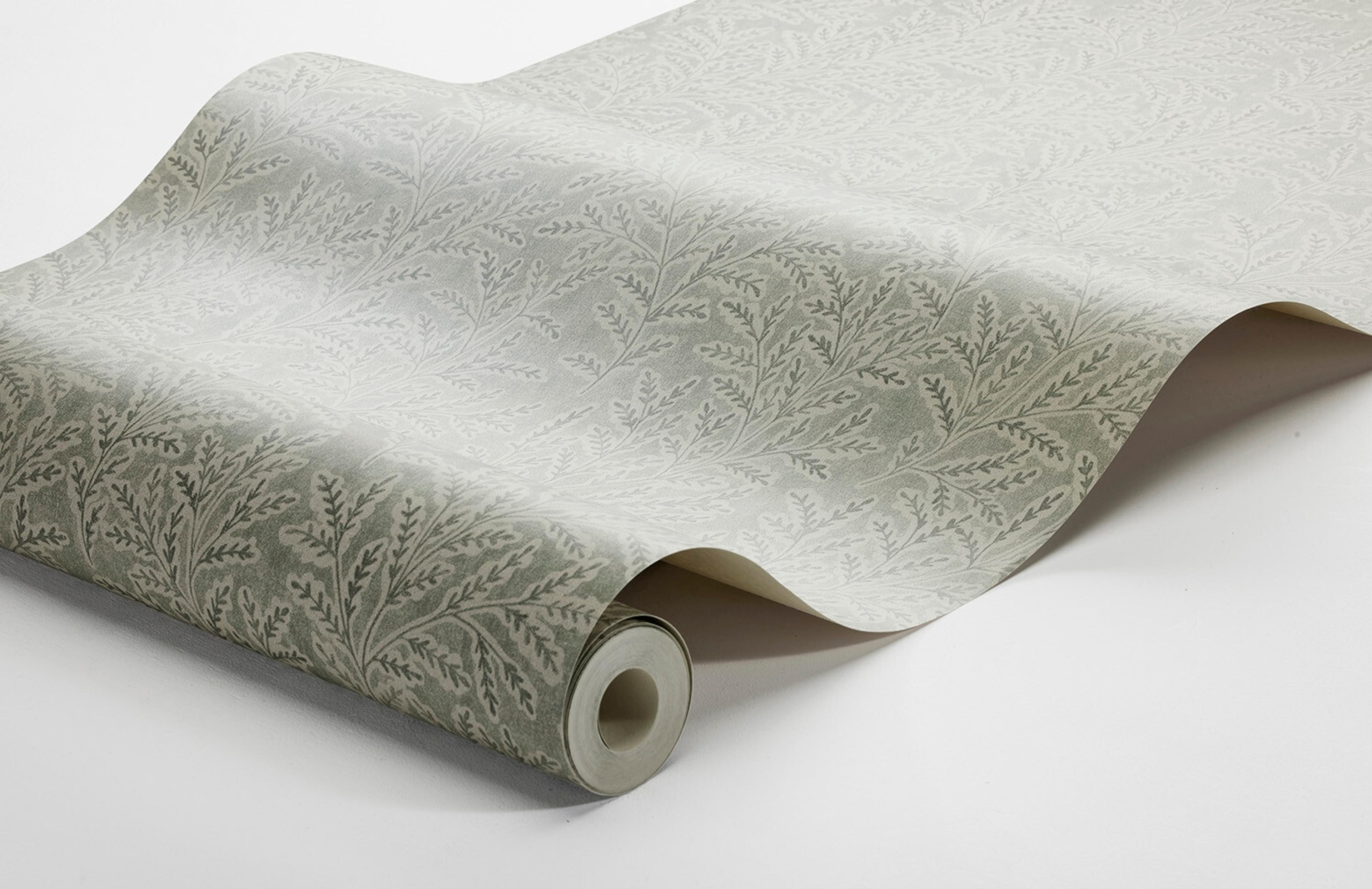 Molly´s Meadow dämpad grågrön tapet med botaniskt mönster i grön. Från kollektionen Cottage Garden. Nonwoven-material med förskjuten passning. Country-stil. Passar i vardagsrum, matsal och hall.​​​​‌﻿‍﻿​‍​‍‌‍﻿﻿‌﻿​‍‌‍‍‌‌‍‌﻿‌‍‍‌‌‍﻿‍​‍​‍​﻿‍‍​‍​‍‌﻿​﻿‌‍​‌‌‍﻿‍‌‍‍‌‌﻿‌​‌﻿‍‌​‍﻿‍‌‍‍‌‌‍﻿﻿​‍​‍​‍﻿​​‍​‍‌‍‍​‌﻿​‍‌‍‌‌‌‍‌‍​‍​‍​﻿‍‍​‍​‍‌‍‍​‌﻿‌​‌﻿‌​‌﻿​​‌﻿​﻿​﻿‍‍​‍﻿﻿​‍﻿﻿‌﻿‌﻿‌﻿‌﻿‌﻿‌﻿​‍﻿‍‌‍​﻿‌‍﻿﻿‌‍﻿​‌‍﻿﻿‌﻿​‍‌‍​‌‌‍﻿‌‌‍​‌​‍﻿‍‌﻿​﻿‌‍‌‌​‍﻿﻿‌﻿​﻿‌﻿‌​‌﻿‌‌‌‍‌​‌‍‍‌‌‍﻿﻿​‍﻿﻿‌‍‍‌‌‍﻿‍‌﻿‌​‌‍‌‌‌‍﻿‍‌﻿‌​​‍﻿﻿‌‍‌‌‌‍‌​‌‍‍‌‌﻿‌​​‍﻿﻿‌‍﻿‌‌‍﻿﻿‌‍‌​‌‍‌‌​﻿﻿‌‌﻿​​‌﻿​‍‌‍‌‌‌﻿​﻿‌‍‌‌‌‍﻿‍‌﻿‌​‌‍​‌‌﻿‌​‌‍‍‌‌‍﻿﻿‌‍﻿‍​﻿‍﻿‌‍‍‌‌‍‌​​﻿﻿‌‌‍‍‌‌‍﻿‌‌‍​‌‌‍‌﻿‌‍‌‌​‍﻿‌​﻿​‍​﻿‍‌​﻿‌‌‌‍‌‍​﻿‌‌‌‍​‍​﻿‌‌​﻿‌​​﻿​​‌‍‌‍‌‍‌‌​﻿‌‍​﻿‌‍​﻿‌‌​﻿‌‌​﻿‌﻿‌‍​‍‌‍​﻿‌‍​‌​﻿‌﻿​﻿​​​﻿​‌​﻿​﻿‌‍​‍‌‍‌‌​﻿‌‌​﻿‍​​﻿‌﻿​﻿​‍‌‍‌‌‌‍‌​​﻿‍​‌‍‌‌​﻿‍​​﻿‌‌‌‍‌‍​﻿​‌​﻿‌​​﻿​‍‌‍‌‍​‍﻿‌​﻿​‌​﻿‌‌​﻿​​​﻿​​‌﻿‍​​﻿‍‌​﻿‌﻿​﻿​‍​‍﻿‌‌‍‍‍‌﻿​​‌‍‌﻿​﻿‍﻿‌﻿‌​‌﻿‍‌‌﻿​​‌‍‌‌​﻿﻿‌‌﻿​﻿‌‍​‌‌‍﻿‍‌‍‍‌‌﻿‌​‌﻿‍‌​‍﻿‍‌‍‍‌‌‍﻿‌‌‍​‌‌‍‌﻿‌‍‌‌‌​​‌‌﻿​﻿‌﻿​﻿‌‍‌‌‌﻿‌​​﻿‍﻿‌﻿​​‌‍​‌‌﻿‌​‌‍‍​​﻿﻿‌‌‍​‌‌‍﻿​‌﻿‌​‌‌‌​‌‍‌‌‌﻿‍​‌﻿‌​​﻿﻿﻿‌‍​‍‌‍​‌‌﻿​﻿‌‍‌‌‌‌‌‌‌﻿​‍‌‍﻿​​﻿﻿‌‌‍‍​‌﻿‌​‌﻿‌​‌﻿​​‌﻿​﻿​‍‌‌​﻿​﻿‌​​‌​‍‌‌​﻿​‍‌​‌‍​‍‌‌​﻿​‍‌​‌‍‌﻿‌﻿‌﻿‌﻿‌﻿‌﻿​‍﻿‍‌‍​﻿‌‍﻿﻿‌‍﻿​‌‍﻿﻿‌﻿​‍‌‍​‌‌‍﻿‌‌‍​‌​‍﻿‍‌﻿​﻿‌‍‌‌​‍‌‌​﻿​‍‌​‌‍‌﻿​﻿‌﻿‌​‌﻿‌‌‌‍‌​‌‍‍‌‌‍﻿﻿​‍‌‍‌‍‍‌‌‍‌​​﻿﻿‌‌‍‍‌‌‍﻿‌‌‍​‌‌‍‌﻿‌‍‌‌​‍﻿‌​﻿​‍​﻿‍‌​﻿‌‌‌‍‌‍​﻿‌‌‌‍​‍​﻿‌‌​﻿‌​​﻿​​‌‍‌‍‌‍‌‌​﻿‌‍​﻿‌‍​﻿‌‌​﻿‌‌​﻿‌﻿‌‍​‍‌‍​﻿‌‍​‌​﻿‌﻿​﻿​​​﻿​‌​﻿​﻿‌‍​‍‌‍‌‌​﻿‌‌​﻿‍​​﻿‌﻿​﻿​‍‌‍‌‌‌‍‌​​﻿‍​‌‍‌‌​﻿‍​​﻿‌‌‌‍‌‍​﻿​‌​﻿‌​​﻿​‍‌‍‌‍​‍﻿‌​﻿​‌​﻿‌‌​﻿​​​﻿​​‌﻿‍​​﻿‍‌​﻿‌﻿​﻿​‍​‍﻿‌‌‍‍‍‌﻿​​‌‍‌﻿​‍‌‍‌﻿‌​‌﻿‍‌‌﻿​​‌‍‌‌​﻿﻿‌‌﻿​﻿‌‍​‌‌‍﻿‍‌‍‍‌‌﻿‌​‌﻿‍‌​‍﻿‍‌‍‍‌‌‍﻿‌‌‍​‌‌‍‌﻿‌‍‌‌‌​​‌‌﻿​﻿‌﻿​﻿‌‍‌‌‌﻿‌​​‍‌‍‌﻿​​‌‍​‌‌﻿‌​‌‍‍​​﻿﻿‌‌‍​‌‌‍﻿​‌﻿‌​‌‌‌​‌‍‌‌‌﻿‍​‌﻿‌​​‍‌‍‌﻿​​‌‍‌‌‌﻿​‍‌﻿​﻿‌﻿​​‌‍‌‌‌‍​﻿‌﻿‌​‌‍‍‌‌﻿‌‍‌‍‌‌​﻿﻿‌‌﻿​​‌﻿‌‌‌‍​‍‌‍﻿​‌‍‍‌‌﻿​﻿‌‍‍​‌‍‌‌‌‍‌​​‍​‍‌﻿﻿‌