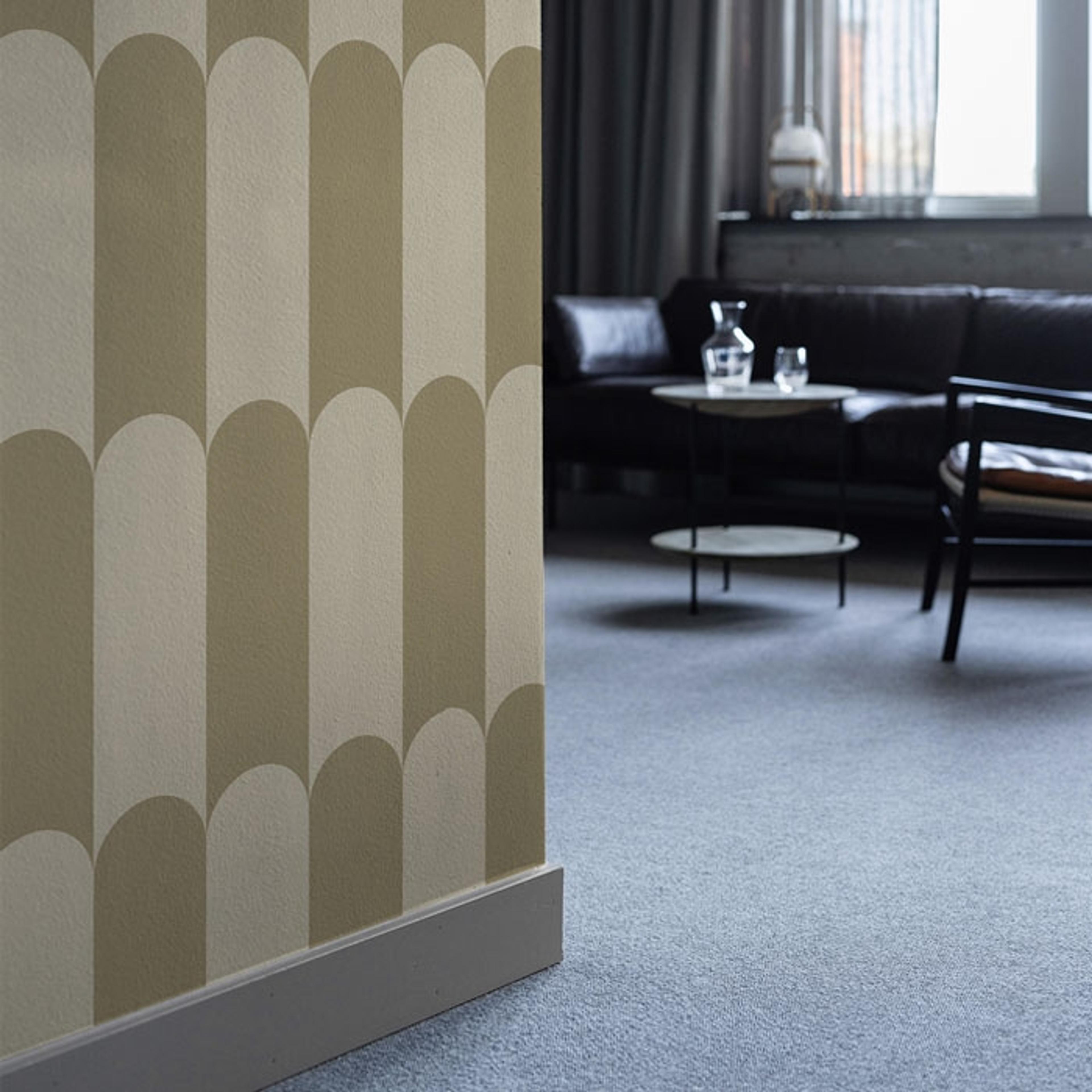 Design no 1 Beige tapet med grafiskt, retro mönster i beige. Från kollektionen Limited Edition 2023. Nonwoven-material med förskjuten passning.​​​​‌﻿‍﻿​‍​‍‌‍﻿﻿‌﻿​‍‌‍‍‌‌‍‌﻿‌‍‍‌‌‍﻿‍​‍​‍​﻿‍‍​‍​‍‌﻿​﻿‌‍​‌‌‍﻿‍‌‍‍‌‌﻿‌​‌﻿‍‌​‍﻿‍‌‍‍‌‌‍﻿﻿​‍​‍​‍﻿​​‍​‍‌‍‍​‌﻿​‍‌‍‌‌‌‍‌‍​‍​‍​﻿‍‍​‍​‍‌‍‍​‌﻿‌​‌﻿‌​‌﻿​​‌﻿​﻿​﻿‍‍​‍﻿﻿​‍﻿﻿‌﻿‌﻿‌﻿‌﻿‌﻿‌﻿​‍﻿‍‌‍​﻿‌‍﻿﻿‌‍﻿​‌‍﻿﻿‌﻿​‍‌‍​‌‌‍﻿‌‌‍​‌​‍﻿‍‌﻿​﻿‌‍‌‌​‍﻿﻿‌﻿​﻿‌﻿‌​‌﻿‌‌‌‍‌​‌‍‍‌‌‍﻿﻿​‍﻿﻿‌‍‍‌‌‍﻿‍‌﻿‌​‌‍‌‌‌‍﻿‍‌﻿‌​​‍﻿﻿‌‍‌‌‌‍‌​‌‍‍‌‌﻿‌​​‍﻿﻿‌‍﻿‌‌‍﻿﻿‌‍‌​‌‍‌‌​﻿﻿‌‌﻿​​‌﻿​‍‌‍‌‌‌﻿​﻿‌‍‌‌‌‍﻿‍‌﻿‌​‌‍​‌‌﻿‌​‌‍‍‌‌‍﻿﻿‌‍﻿‍​﻿‍﻿‌‍‍‌‌‍‌​​﻿﻿‌‌‍‍‌‌‍﻿‌‌‍​‌‌‍‌﻿‌‍‌‌​‍﻿‌​﻿​‍​﻿‍‌‌‍​﻿‌‍‌‌‌‍‌‍‌‍‌‍​﻿‌‌​﻿‌​​﻿‍​​﻿‌‍‌‍‌‌‌‍‌​​﻿‍​‌‍​﻿​﻿​‌‌‍‌‌‌‍‌‌​﻿​﻿​﻿‍‌​﻿‍​​﻿​‌‌‍​﻿‌‍​‌​﻿‌‍​﻿​﻿​﻿‌​​﻿​‍​﻿‌﻿‌‍‌‌​﻿‌﻿​﻿‌​​﻿‌﻿‌‍‌‌​﻿​​​﻿‍‌‌‍​‌​﻿‌​​﻿‍​‌‍‌‍‌‍‌‍​‍﻿‌​﻿‌﻿​﻿​​​﻿​​‌﻿‍​​﻿‌﻿​﻿​​​﻿​​​‍﻿‌‌‍‍‍‌﻿​​‌‍‌﻿​﻿‍﻿‌﻿‌​‌﻿‍‌‌﻿​​‌‍‌‌​﻿﻿‌‌﻿​﻿‌‍​‌‌‍﻿‍‌‍‍‌‌﻿‌​‌﻿‍‌​‍﻿‍‌‍‍‌‌‍﻿‌‌‍​‌‌‍‌﻿‌‍‌‌‌​​‌‌﻿​﻿‌﻿​﻿‌‍‌‌‌﻿‌​​﻿‍﻿‌﻿​​‌‍​‌‌﻿‌​‌‍‍​​﻿﻿‌‌‍​‌‌‍﻿​‌﻿‌​‌‌‌​‌‍‌‌‌﻿‍​‌﻿‌​​﻿﻿﻿‌‍​‍‌‍​‌‌﻿​﻿‌‍‌‌‌‌‌‌‌﻿​‍‌‍﻿​​﻿﻿‌‌‍‍​‌﻿‌​‌﻿‌​‌﻿​​‌﻿​﻿​‍‌‌​﻿​﻿‌​​‌​‍‌‌​﻿​‍‌​‌‍​‍‌‌​﻿​‍‌​‌‍‌﻿‌﻿‌﻿‌﻿‌﻿‌﻿​‍﻿‍‌‍​﻿‌‍﻿﻿‌‍﻿​‌‍﻿﻿‌﻿​‍‌‍​‌‌‍﻿‌‌‍​‌​‍﻿‍‌﻿​﻿‌‍‌‌​‍‌‌​﻿​‍‌​‌‍‌﻿​﻿‌﻿‌​‌﻿‌‌‌‍‌​‌‍‍‌‌‍﻿﻿​‍‌‍‌‍‍‌‌‍‌​​﻿﻿‌‌‍‍‌‌‍﻿‌‌‍​‌‌‍‌﻿‌‍‌‌​‍﻿‌​﻿​‍​﻿‍‌‌‍​﻿‌‍‌‌‌‍‌‍‌‍‌‍​﻿‌‌​﻿‌​​﻿‍​​﻿‌‍‌‍‌‌‌‍‌​​﻿‍​‌‍​﻿​﻿​‌‌‍‌‌‌‍‌‌​﻿​﻿​﻿‍‌​﻿‍​​﻿​‌‌‍​﻿‌‍​‌​﻿‌‍​﻿​﻿​﻿‌​​﻿​‍​﻿‌﻿‌‍‌‌​﻿‌﻿​﻿‌​​﻿‌﻿‌‍‌‌​﻿​​​﻿‍‌‌‍​‌​﻿‌​​﻿‍​‌‍‌‍‌‍‌‍​‍﻿‌​﻿‌﻿​﻿​​​﻿​​‌﻿‍​​﻿‌﻿​﻿​​​﻿​​​‍﻿‌‌‍‍‍‌﻿​​‌‍‌﻿​‍‌‍‌﻿‌​‌﻿‍‌‌﻿​​‌‍‌‌​﻿﻿‌‌﻿​﻿‌‍​‌‌‍﻿‍‌‍‍‌‌﻿‌​‌﻿‍‌​‍﻿‍‌‍‍‌‌‍﻿‌‌‍​‌‌‍‌﻿‌‍‌‌‌​​‌‌﻿​﻿‌﻿​﻿‌‍‌‌‌﻿‌​​‍‌‍‌﻿​​‌‍​‌‌﻿‌​‌‍‍​​﻿﻿‌‌‍​‌‌‍﻿​‌﻿‌​‌‌‌​‌‍‌‌‌﻿‍​‌﻿‌​​‍‌‍‌﻿​​‌‍‌‌‌﻿​‍‌﻿​﻿‌﻿​​‌‍‌‌‌‍​﻿‌﻿‌​‌‍‍‌‌﻿‌‍‌‍‌‌​﻿﻿‌‌﻿​​‌﻿‌‌‌‍​‍‌‍﻿​‌‍‍‌‌﻿​﻿‌‍‍​‌‍‌‌‌‍‌​​‍​‍‌﻿﻿‌