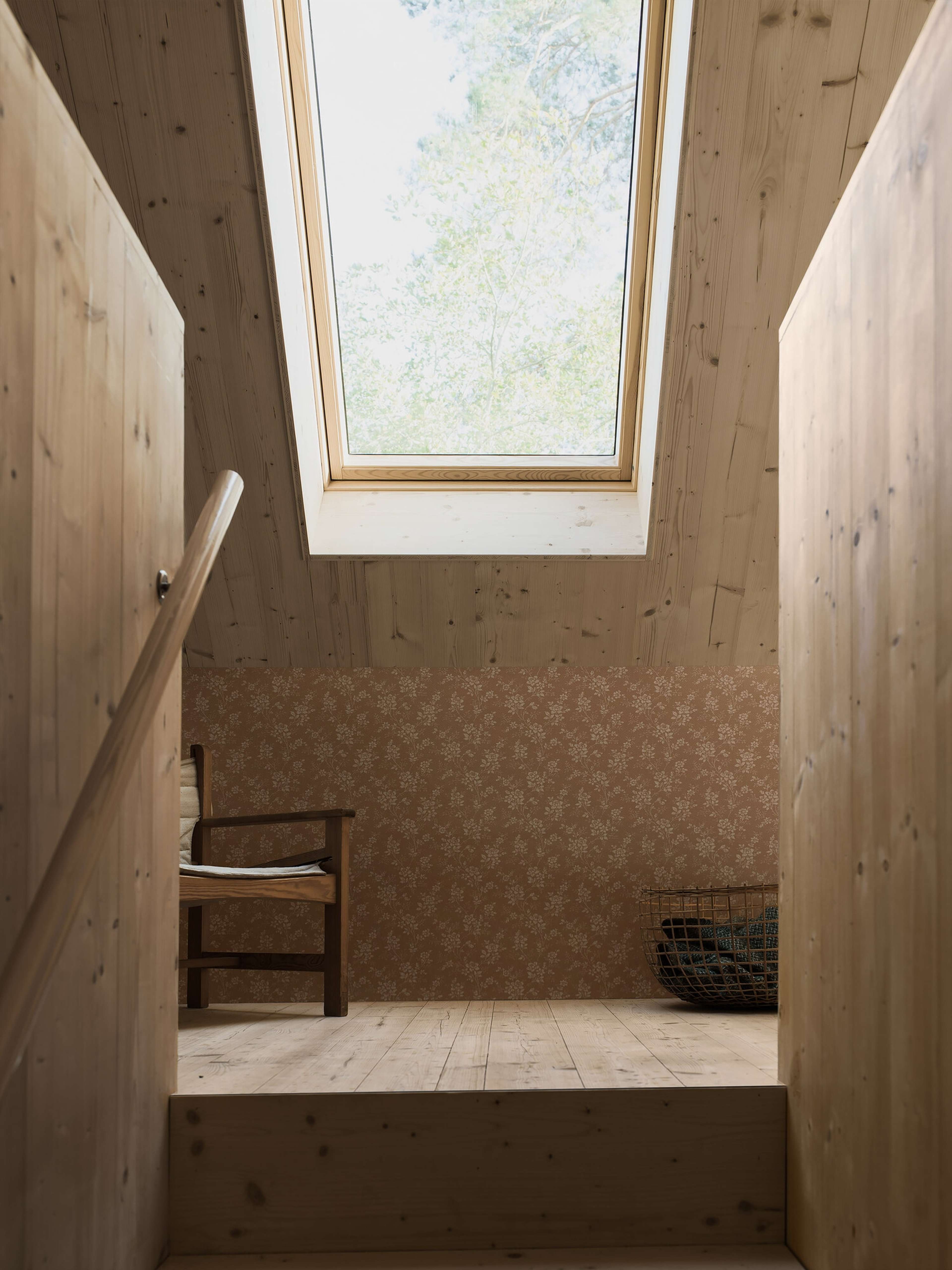 Hip Rose tapet med blommigt mönster i röd. Från kollektionen Woodland. Nonwoven-material med förskjuten passning.​​​​‌﻿‍﻿​‍​‍‌‍﻿﻿‌﻿​‍‌‍‍‌‌‍‌﻿‌‍‍‌‌‍﻿‍​‍​‍​﻿‍‍​‍​‍‌﻿​﻿‌‍​‌‌‍﻿‍‌‍‍‌‌﻿‌​‌﻿‍‌​‍﻿‍‌‍‍‌‌‍﻿﻿​‍​‍​‍﻿​​‍​‍‌‍‍​‌﻿​‍‌‍‌‌‌‍‌‍​‍​‍​﻿‍‍​‍​‍‌‍‍​‌﻿‌​‌﻿‌​‌﻿​​‌﻿​﻿​﻿‍‍​‍﻿﻿​‍﻿﻿‌﻿‌﻿‌﻿‌﻿‌﻿‌﻿​‍﻿‍‌‍​﻿‌‍﻿﻿‌‍﻿​‌‍﻿﻿‌﻿​‍‌‍​‌‌‍﻿‌‌‍​‌​‍﻿‍‌﻿​﻿‌‍‌‌​‍﻿﻿‌﻿​﻿‌﻿‌​‌﻿‌‌‌‍‌​‌‍‍‌‌‍﻿﻿​‍﻿﻿‌‍‍‌‌‍﻿‍‌﻿‌​‌‍‌‌‌‍﻿‍‌﻿‌​​‍﻿﻿‌‍‌‌‌‍‌​‌‍‍‌‌﻿‌​​‍﻿﻿‌‍﻿‌‌‍﻿﻿‌‍‌​‌‍‌‌​﻿﻿‌‌﻿​​‌﻿​‍‌‍‌‌‌﻿​﻿‌‍‌‌‌‍﻿‍‌﻿‌​‌‍​‌‌﻿‌​‌‍‍‌‌‍﻿﻿‌‍﻿‍​﻿‍﻿‌‍‍‌‌‍‌​​﻿﻿‌‌‍‍‌‌‍﻿‌‌‍​‌‌‍‌﻿‌‍‌‌​‍﻿‌​﻿​‍‌‍​‍‌‍​﻿​﻿‌﻿‌‍‌‌​﻿‌﻿​﻿‌‌‌‍‌‌​﻿​‍​﻿‍‌​﻿‌‌​﻿‌‍‌‍‌‌​﻿‌﻿‌‍​‌​﻿​‌​﻿‌﻿​﻿​‌​﻿​﻿​﻿​‍​﻿‌﻿​﻿​‌​﻿‌﻿​﻿‍​‌‍​﻿​﻿‌​​﻿‍​​﻿‌​​﻿​‌‌‍‌​​﻿‌‍​﻿‌​‌‍‌​‌‍​‍​﻿​‍​﻿​​​﻿‌‌​﻿‍‌‌‍​﻿​﻿‌​​‍﻿‌​﻿​‌​﻿‌‌​﻿​​​﻿​​‌﻿‍​​﻿​‍​﻿​​​﻿​​​﻿​​​‍﻿‌‌‍‍‍‌﻿​​‌‍‌﻿​﻿‍﻿‌﻿‌​‌﻿‍‌‌﻿​​‌‍‌‌​﻿﻿‌‌﻿​﻿‌‍​‌‌‍﻿‍‌‍‍‌‌﻿‌​‌﻿‍‌​‍﻿‍‌‍‍‌‌‍﻿‌‌‍​‌‌‍‌﻿‌‍‌‌‌​​‌‌﻿​﻿‌﻿​﻿‌‍‌‌‌﻿‌​​﻿‍﻿‌﻿​​‌‍​‌‌﻿‌​‌‍‍​​﻿﻿‌‌‍​‌‌‍﻿​‌﻿‌​‌‌‌​‌‍‌‌‌﻿‍​‌﻿‌​​﻿﻿﻿‌‍​‍‌‍​‌‌﻿​﻿‌‍‌‌‌‌‌‌‌﻿​‍‌‍﻿​​﻿﻿‌‌‍‍​‌﻿‌​‌﻿‌​‌﻿​​‌﻿​﻿​‍‌‌​﻿​﻿‌​​‌​‍‌‌​﻿​‍‌​‌‍​‍‌‌​﻿​‍‌​‌‍‌﻿‌﻿‌﻿‌﻿‌﻿‌﻿​‍﻿‍‌‍​﻿‌‍﻿﻿‌‍﻿​‌‍﻿﻿‌﻿​‍‌‍​‌‌‍﻿‌‌‍​‌​‍﻿‍‌﻿​﻿‌‍‌‌​‍‌‌​﻿​‍‌​‌‍‌﻿​﻿‌﻿‌​‌﻿‌‌‌‍‌​‌‍‍‌‌‍﻿﻿​‍‌‍‌‍‍‌‌‍‌​​﻿﻿‌‌‍‍‌‌‍﻿‌‌‍​‌‌‍‌﻿‌‍‌‌​‍﻿‌​﻿​‍‌‍​‍‌‍​﻿​﻿‌﻿‌‍‌‌​﻿‌﻿​﻿‌‌‌‍‌‌​﻿​‍​﻿‍‌​﻿‌‌​﻿‌‍‌‍‌‌​﻿‌﻿‌‍​‌​﻿​‌​﻿‌﻿​﻿​‌​﻿​﻿​﻿​‍​﻿‌﻿​﻿​‌​﻿‌﻿​﻿‍​‌‍​﻿​﻿‌​​﻿‍​​﻿‌​​﻿​‌‌‍‌​​﻿‌‍​﻿‌​‌‍‌​‌‍​‍​﻿​‍​﻿​​​﻿‌‌​﻿‍‌‌‍​﻿​﻿‌​​‍﻿‌​﻿​‌​﻿‌‌​﻿​​​﻿​​‌﻿‍​​﻿​‍​﻿​​​﻿​​​﻿​​​‍﻿‌‌‍‍‍‌﻿​​‌‍‌﻿​‍‌‍‌﻿‌​‌﻿‍‌‌﻿​​‌‍‌‌​﻿﻿‌‌﻿​﻿‌‍​‌‌‍﻿‍‌‍‍‌‌﻿‌​‌﻿‍‌​‍﻿‍‌‍‍‌‌‍﻿‌‌‍​‌‌‍‌﻿‌‍‌‌‌​​‌‌﻿​﻿‌﻿​﻿‌‍‌‌‌﻿‌​​‍‌‍‌﻿​​‌‍​‌‌﻿‌​‌‍‍​​﻿﻿‌‌‍​‌‌‍﻿​‌﻿‌​‌‌‌​‌‍‌‌‌﻿‍​‌﻿‌​​‍‌‍‌﻿​​‌‍‌‌‌﻿​‍‌﻿​﻿‌﻿​​‌‍‌‌‌‍​﻿‌﻿‌​‌‍‍‌‌﻿‌‍‌‍‌‌​﻿﻿‌‌﻿​​‌﻿‌‌‌‍​‍‌‍﻿​‌‍‍‌‌﻿​﻿‌‍‍​‌‍‌‌‌‍‌​​‍​‍‌﻿﻿‌