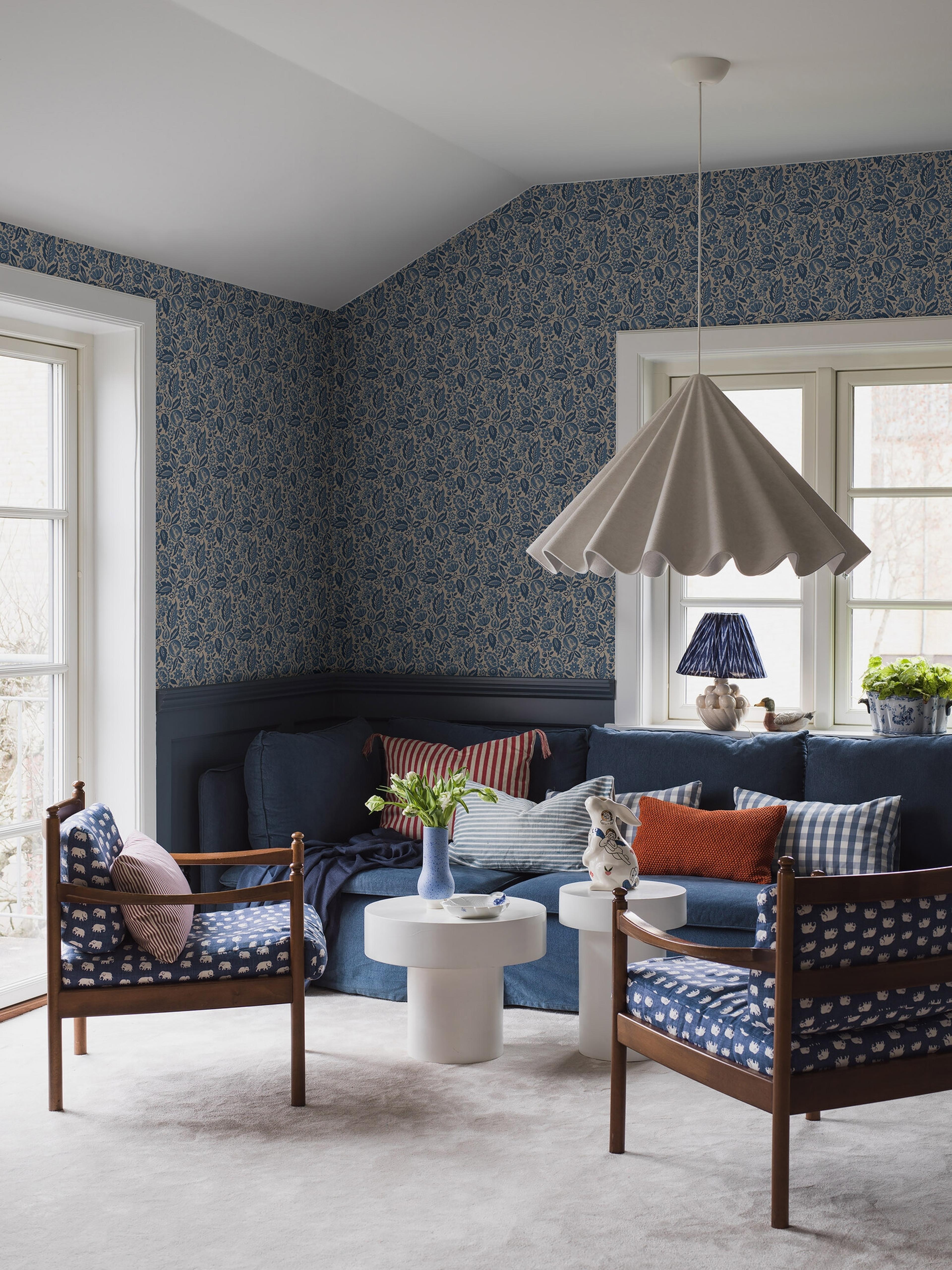 Elise tapet med botaniskt, blommigt mönster i beige. Från kollektionen New Heritage. Nonwoven-material med rak passning. Passar i matsal, kök och hall.​​​​‌﻿‍﻿​‍​‍‌‍﻿﻿‌﻿​‍‌‍‍‌‌‍‌﻿‌‍‍‌‌‍﻿‍​‍​‍​﻿‍‍​‍​‍‌﻿​﻿‌‍​‌‌‍﻿‍‌‍‍‌‌﻿‌​‌﻿‍‌​‍﻿‍‌‍‍‌‌‍﻿﻿​‍​‍​‍﻿​​‍​‍‌‍‍​‌﻿​‍‌‍‌‌‌‍‌‍​‍​‍​﻿‍‍​‍​‍‌‍‍​‌﻿‌​‌﻿‌​‌﻿​​‌﻿​﻿​﻿‍‍​‍﻿﻿​‍﻿﻿‌﻿‌﻿‌﻿‌﻿‌﻿‌﻿​‍﻿‍‌‍​﻿‌‍﻿﻿‌‍﻿​‌‍﻿﻿‌﻿​‍‌‍​‌‌‍﻿‌‌‍​‌​‍﻿‍‌﻿​﻿‌‍‌‌​‍﻿﻿‌﻿​﻿‌﻿‌​‌﻿‌‌‌‍‌​‌‍‍‌‌‍﻿﻿​‍﻿﻿‌‍‍‌‌‍﻿‍‌﻿‌​‌‍‌‌‌‍﻿‍‌﻿‌​​‍﻿﻿‌‍‌‌‌‍‌​‌‍‍‌‌﻿‌​​‍﻿﻿‌‍﻿‌‌‍﻿﻿‌‍‌​‌‍‌‌​﻿﻿‌‌﻿​​‌﻿​‍‌‍‌‌‌﻿​﻿‌‍‌‌‌‍﻿‍‌﻿‌​‌‍​‌‌﻿‌​‌‍‍‌‌‍﻿﻿‌‍﻿‍​﻿‍﻿‌‍‍‌‌‍‌​​﻿﻿‌‌‍‍‌‌‍﻿‌‌‍​‌‌‍‌﻿‌‍‌‌​‍﻿‌​﻿‌​​﻿​‍​﻿​﻿‌‍‌​‌‍​﻿‌‍​‍‌‍​‌‌‍​‌​﻿‌‌​﻿‌‍​﻿‌﻿‌‍‌‌​﻿​﻿​﻿​‍​﻿​​‌‍‌​‌‍​‍‌‍‌‌​﻿​​‌‍​‌‌‍‌‌‌‍​‌​﻿‌‍​﻿​‍‌‍​﻿​﻿‌﻿​﻿​‍‌‍‌​​﻿​‌​﻿‌​​﻿‍​​﻿​‍‌‍​‍​﻿‌‍‌‍​﻿​﻿​﻿‌‍​‍​﻿​​‌‍‌‍​﻿‌‌​‍﻿‌​﻿​‌​﻿‌‌​﻿​​​﻿​​‌﻿‍​​﻿​‍​﻿​​​﻿​​​﻿​​​‍﻿‌‌‍‍‍‌﻿​​‌‍‌﻿​﻿‍﻿‌﻿‌​‌﻿‍‌‌﻿​​‌‍‌‌​﻿﻿‌‌﻿​﻿‌‍​‌‌‍﻿‍‌‍‍‌‌﻿‌​‌﻿‍‌​‍﻿‍‌‍‍‌‌‍﻿‌‌‍​‌‌‍‌﻿‌‍‌‌‌​​‌‌﻿​﻿‌﻿​﻿‌‍‌‌‌﻿‌​​﻿‍﻿‌﻿​​‌‍​‌‌﻿‌​‌‍‍​​﻿﻿‌‌‍​‌‌‍﻿​‌﻿‌​‌‌‌​‌‍‌‌‌﻿‍​‌﻿‌​​﻿﻿﻿‌‍​‍‌‍​‌‌﻿​﻿‌‍‌‌‌‌‌‌‌﻿​‍‌‍﻿​​﻿﻿‌‌‍‍​‌﻿‌​‌﻿‌​‌﻿​​‌﻿​﻿​‍‌‌​﻿​﻿‌​​‌​‍‌‌​﻿​‍‌​‌‍​‍‌‌​﻿​‍‌​‌‍‌﻿‌﻿‌﻿‌﻿‌﻿‌﻿​‍﻿‍‌‍​﻿‌‍﻿﻿‌‍﻿​‌‍﻿﻿‌﻿​‍‌‍​‌‌‍﻿‌‌‍​‌​‍﻿‍‌﻿​﻿‌‍‌‌​‍‌‌​﻿​‍‌​‌‍‌﻿​﻿‌﻿‌​‌﻿‌‌‌‍‌​‌‍‍‌‌‍﻿﻿​‍‌‍‌‍‍‌‌‍‌​​﻿﻿‌‌‍‍‌‌‍﻿‌‌‍​‌‌‍‌﻿‌‍‌‌​‍﻿‌​﻿‌​​﻿​‍​﻿​﻿‌‍‌​‌‍​﻿‌‍​‍‌‍​‌‌‍​‌​﻿‌‌​﻿‌‍​﻿‌﻿‌‍‌‌​﻿​﻿​﻿​‍​﻿​​‌‍‌​‌‍​‍‌‍‌‌​﻿​​‌‍​‌‌‍‌‌‌‍​‌​﻿‌‍​﻿​‍‌‍​﻿​﻿‌﻿​﻿​‍‌‍‌​​﻿​‌​﻿‌​​﻿‍​​﻿​‍‌‍​‍​﻿‌‍‌‍​﻿​﻿​﻿‌‍​‍​﻿​​‌‍‌‍​﻿‌‌​‍﻿‌​﻿​‌​﻿‌‌​﻿​​​﻿​​‌﻿‍​​﻿​‍​﻿​​​﻿​​​﻿​​​‍﻿‌‌‍‍‍‌﻿​​‌‍‌﻿​‍‌‍‌﻿‌​‌﻿‍‌‌﻿​​‌‍‌‌​﻿﻿‌‌﻿​﻿‌‍​‌‌‍﻿‍‌‍‍‌‌﻿‌​‌﻿‍‌​‍﻿‍‌‍‍‌‌‍﻿‌‌‍​‌‌‍‌﻿‌‍‌‌‌​​‌‌﻿​﻿‌﻿​﻿‌‍‌‌‌﻿‌​​‍‌‍‌﻿​​‌‍​‌‌﻿‌​‌‍‍​​﻿﻿‌‌‍​‌‌‍﻿​‌﻿‌​‌‌‌​‌‍‌‌‌﻿‍​‌﻿‌​​‍‌‍‌﻿​​‌‍‌‌‌﻿​‍‌﻿​﻿‌﻿​​‌‍‌‌‌‍​﻿‌﻿‌​‌‍‍‌‌﻿‌‍‌‍‌‌​﻿﻿‌‌﻿​​‌﻿‌‌‌‍​‍‌‍﻿​‌‍‍‌‌﻿​﻿‌‍‍​‌‍‌‌‌‍‌​​‍​‍‌﻿﻿‌