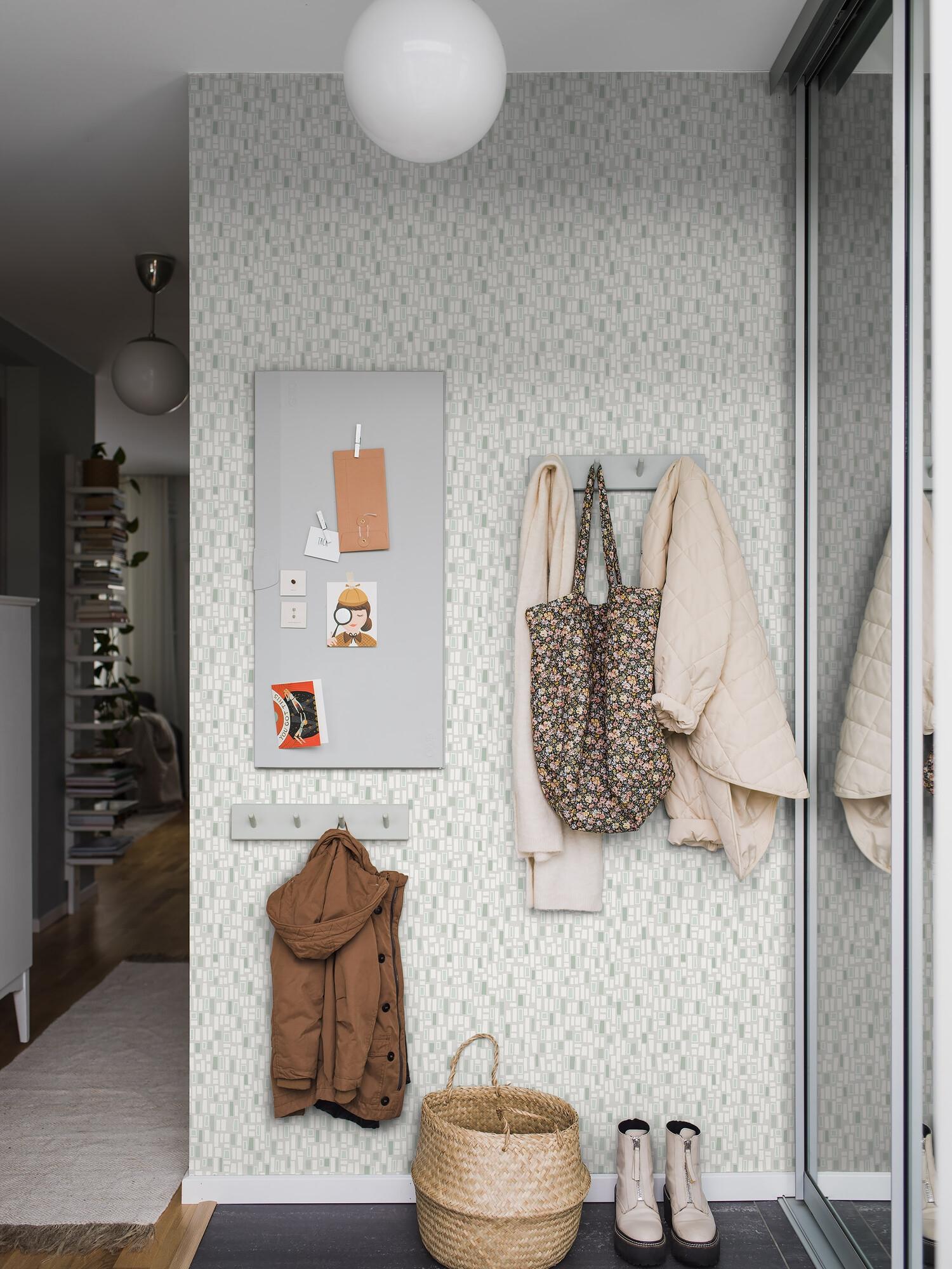 Elvis 38762, tapet tapet med grafiskt mönster i grön. Från kollektionen Borosan Hem. Nonwoven-material med rak passning.