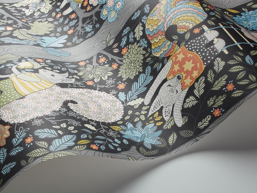 Charlie från Boråstapeter i svart och multifärg. Från kollektionen Scandinavian Designers Mini.