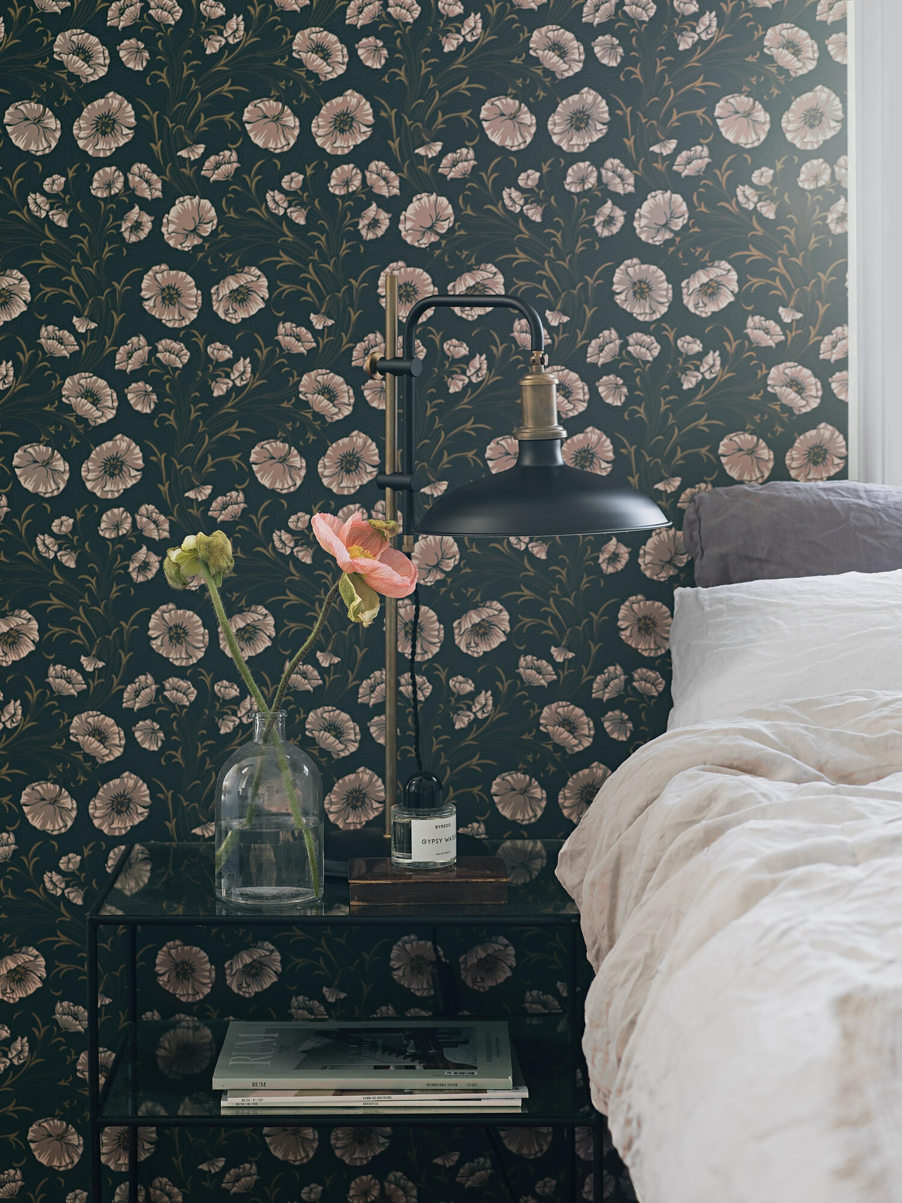 Poppy Flow blommor på brun botten tapet med blommigt mönster i svart. Från kollektionen Treasured. Nonwoven-material med rak passning. Passar i kök, hall och arbetsrum.​​​​‌﻿‍﻿​‍​‍‌‍﻿﻿‌﻿​‍‌‍‍‌‌‍‌﻿‌‍‍‌‌‍﻿‍​‍​‍​﻿‍‍​‍​‍‌﻿​﻿‌‍​‌‌‍﻿‍‌‍‍‌‌﻿‌​‌﻿‍‌​‍﻿‍‌‍‍‌‌‍﻿﻿​‍​‍​‍﻿​​‍​‍‌‍‍​‌﻿​‍‌‍‌‌‌‍‌‍​‍​‍​﻿‍‍​‍​‍‌‍‍​‌﻿‌​‌﻿‌​‌﻿​​‌﻿​﻿​﻿‍‍​‍﻿﻿​‍﻿﻿‌﻿‌﻿‌﻿‌﻿‌﻿‌﻿​‍﻿‍‌‍​﻿‌‍﻿﻿‌‍﻿​‌‍﻿﻿‌﻿​‍‌‍​‌‌‍﻿‌‌‍​‌​‍﻿‍‌﻿​﻿‌‍‌‌​‍﻿﻿‌﻿​﻿‌﻿‌​‌﻿‌‌‌‍‌​‌‍‍‌‌‍﻿﻿​‍﻿﻿‌‍‍‌‌‍﻿‍‌﻿‌​‌‍‌‌‌‍﻿‍‌﻿‌​​‍﻿﻿‌‍‌‌‌‍‌​‌‍‍‌‌﻿‌​​‍﻿﻿‌‍﻿‌‌‍﻿﻿‌‍‌​‌‍‌‌​﻿﻿‌‌﻿​​‌﻿​‍‌‍‌‌‌﻿​﻿‌‍‌‌‌‍﻿‍‌﻿‌​‌‍​‌‌﻿‌​‌‍‍‌‌‍﻿﻿‌‍﻿‍​﻿‍﻿‌‍‍‌‌‍‌​​﻿﻿‌‌‍‍‌‌‍﻿‌‌‍​‌‌‍‌﻿‌‍‌‌​‍﻿‌​﻿‌​​﻿‍‌‌‍​‍‌‍‌‌​﻿​‌​﻿‍‌​﻿​﻿‌‍​‌​﻿‌​‌‍‌‍​﻿​‌​﻿‌‍​﻿‍‌​﻿​﻿​﻿​‍​﻿​﻿​﻿‌‍‌‍‌‌​﻿‍‌‌‍‌​‌‍‌‌‌‍‌‌​﻿‌‍​﻿​﻿‌‍‌‍‌‍‌​‌‍​‍​﻿‌​​﻿‌​​﻿‌‍​﻿‍‌​﻿‍‌​﻿‍​​﻿‌﻿​﻿‍​‌‍‌‍​﻿‍​​﻿‍​‌‍‌‍​﻿‌​​‍﻿‌​﻿​‌​﻿‌‌​﻿​​​﻿​​‌﻿‍​​﻿​‍​﻿​​​﻿​​​﻿​​​‍﻿‌‌‍‍‍‌﻿​​‌‍‌﻿​﻿‍﻿‌﻿‌​‌﻿‍‌‌﻿​​‌‍‌‌​﻿﻿‌‌﻿​﻿‌‍​‌‌‍﻿‍‌‍‍‌‌﻿‌​‌﻿‍‌​‍﻿‍‌‍‍‌‌‍﻿‌‌‍​‌‌‍‌﻿‌‍‌‌‌​​‌‌﻿​﻿‌﻿​﻿‌‍‌‌‌﻿‌​​﻿‍﻿‌﻿​​‌‍​‌‌﻿‌​‌‍‍​​﻿﻿‌‌‍​‌‌‍﻿​‌﻿‌​‌‌‌​‌‍‌‌‌﻿‍​‌﻿‌​​﻿﻿﻿‌‍​‍‌‍​‌‌﻿​﻿‌‍‌‌‌‌‌‌‌﻿​‍‌‍﻿​​﻿﻿‌‌‍‍​‌﻿‌​‌﻿‌​‌﻿​​‌﻿​﻿​‍‌‌​﻿​﻿‌​​‌​‍‌‌​﻿​‍‌​‌‍​‍‌‌​﻿​‍‌​‌‍‌﻿‌﻿‌﻿‌﻿‌﻿‌﻿​‍﻿‍‌‍​﻿‌‍﻿﻿‌‍﻿​‌‍﻿﻿‌﻿​‍‌‍​‌‌‍﻿‌‌‍​‌​‍﻿‍‌﻿​﻿‌‍‌‌​‍‌‌​﻿​‍‌​‌‍‌﻿​﻿‌﻿‌​‌﻿‌‌‌‍‌​‌‍‍‌‌‍﻿﻿​‍‌‍‌‍‍‌‌‍‌​​﻿﻿‌‌‍‍‌‌‍﻿‌‌‍​‌‌‍‌﻿‌‍‌‌​‍﻿‌​﻿‌​​﻿‍‌‌‍​‍‌‍‌‌​﻿​‌​﻿‍‌​﻿​﻿‌‍​‌​﻿‌​‌‍‌‍​﻿​‌​﻿‌‍​﻿‍‌​﻿​﻿​﻿​‍​﻿​﻿​﻿‌‍‌‍‌‌​﻿‍‌‌‍‌​‌‍‌‌‌‍‌‌​﻿‌‍​﻿​﻿‌‍‌‍‌‍‌​‌‍​‍​﻿‌​​﻿‌​​﻿‌‍​﻿‍‌​﻿‍‌​﻿‍​​﻿‌﻿​﻿‍​‌‍‌‍​﻿‍​​﻿‍​‌‍‌‍​﻿‌​​‍﻿‌​﻿​‌​﻿‌‌​﻿​​​﻿​​‌﻿‍​​﻿​‍​﻿​​​﻿​​​﻿​​​‍﻿‌‌‍‍‍‌﻿​​‌‍‌﻿​‍‌‍‌﻿‌​‌﻿‍‌‌﻿​​‌‍‌‌​﻿﻿‌‌﻿​﻿‌‍​‌‌‍﻿‍‌‍‍‌‌﻿‌​‌﻿‍‌​‍﻿‍‌‍‍‌‌‍﻿‌‌‍​‌‌‍‌﻿‌‍‌‌‌​​‌‌﻿​﻿‌﻿​﻿‌‍‌‌‌﻿‌​​‍‌‍‌﻿​​‌‍​‌‌﻿‌​‌‍‍​​﻿﻿‌‌‍​‌‌‍﻿​‌﻿‌​‌‌‌​‌‍‌‌‌﻿‍​‌﻿‌​​‍‌‍‌﻿​​‌‍‌‌‌﻿​‍‌﻿​﻿‌﻿​​‌‍‌‌‌‍​﻿‌﻿‌​‌‍‍‌‌﻿‌‍‌‍‌‌​﻿﻿‌‌﻿​​‌﻿‌‌‌‍​‍‌‍﻿​‌‍‍‌‌﻿​﻿‌‍‍​‌‍‌‌‌‍‌​​‍​‍‌﻿﻿‌