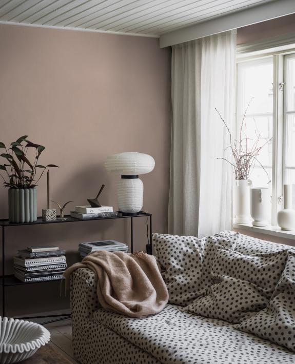 Raspberry Linen tapet enfärgad i rosa. Från kollektionen Linen. Nonwoven-material.