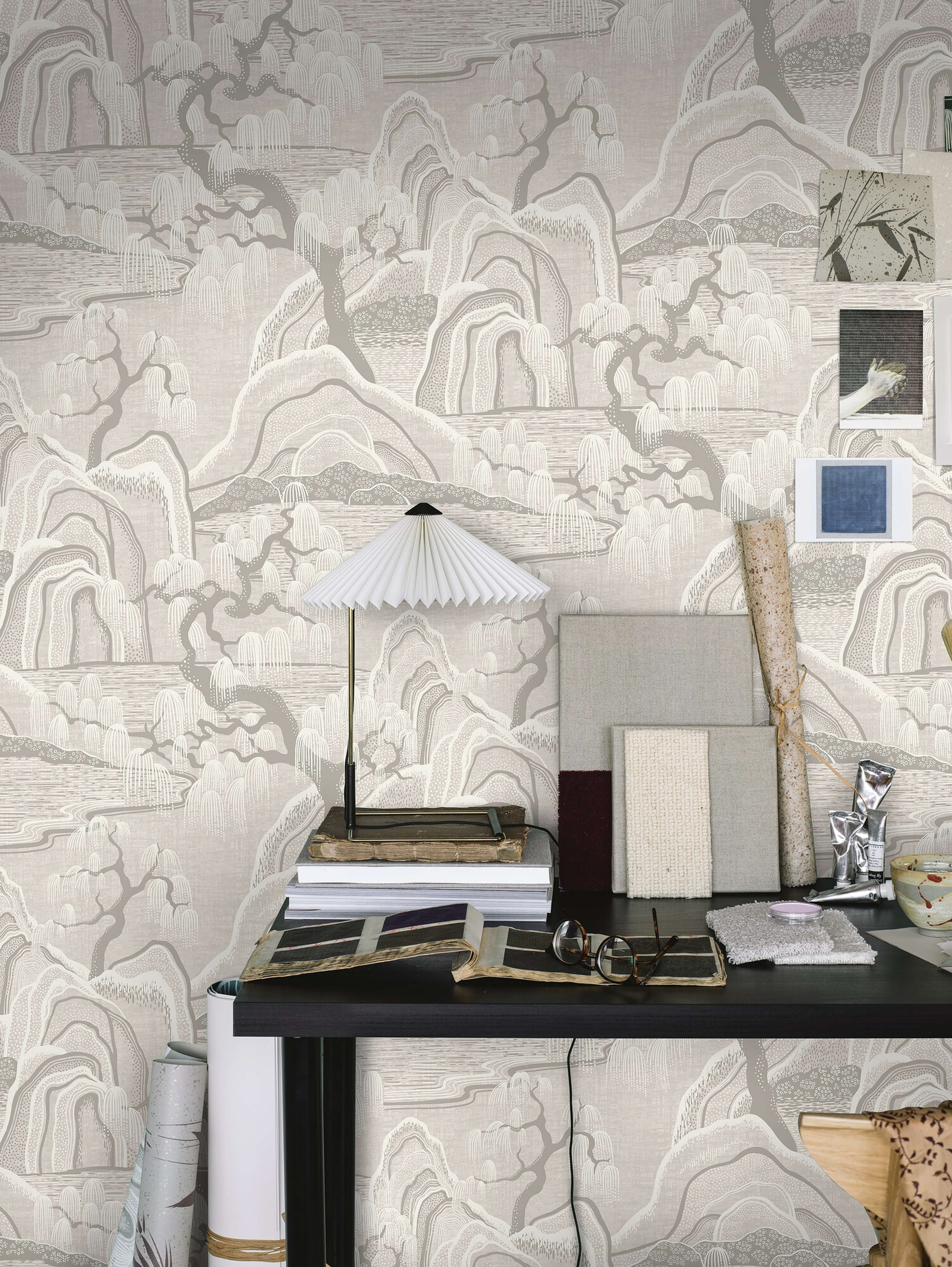 Indigo Garden tapet från Boråstapeter med naturochlandskap mönster i grå. Från kollektionen Eastern Simplicity. Nonwoven-material med förskjuten passning. Passar i vardagsrum, hall och arbetsrum.​​​​‌﻿‍﻿​‍​‍‌‍﻿﻿‌﻿​‍‌‍‍‌‌‍‌﻿‌‍‍‌‌‍﻿‍​‍​‍​﻿‍‍​‍​‍‌﻿​﻿‌‍​‌‌‍﻿‍‌‍‍‌‌﻿‌​‌﻿‍‌​‍﻿‍‌‍‍‌‌‍﻿﻿​‍​‍​‍﻿​​‍​‍‌‍‍​‌﻿​‍‌‍‌‌‌‍‌‍​‍​‍​﻿‍‍​‍​‍‌‍‍​‌﻿‌​‌﻿‌​‌﻿​​‌﻿​﻿​﻿‍‍​‍﻿﻿​‍﻿﻿‌﻿‌﻿‌﻿‌﻿‌﻿‌﻿​‍﻿‍‌‍​﻿‌‍﻿﻿‌‍﻿​‌‍﻿﻿‌﻿​‍‌‍​‌‌‍﻿‌‌‍​‌​‍﻿‍‌﻿​﻿‌‍‌‌​‍﻿﻿‌﻿​﻿‌﻿‌​‌﻿‌‌‌‍‌​‌‍‍‌‌‍﻿﻿​‍﻿﻿‌‍‍‌‌‍﻿‍‌﻿‌​‌‍‌‌‌‍﻿‍‌﻿‌​​‍﻿﻿‌‍‌‌‌‍‌​‌‍‍‌‌﻿‌​​‍﻿﻿‌‍﻿‌‌‍﻿﻿‌‍‌​‌‍‌‌​﻿﻿‌‌﻿​​‌﻿​‍‌‍‌‌‌﻿​﻿‌‍‌‌‌‍﻿‍‌﻿‌​‌‍​‌‌﻿‌​‌‍‍‌‌‍﻿﻿‌‍﻿‍​﻿‍﻿‌‍‍‌‌‍‌​​﻿﻿‌‌‍‍‌‌‍﻿‌‌‍​‌‌‍‌﻿‌‍‌‌​‍﻿‌​﻿‌​‌‍​‍​﻿‌﻿‌‍​‌‌‍​‍​﻿​‌‌‍‌‌​﻿‌​​﻿‍‌​﻿​﻿​﻿​​​﻿‌​‌‍‌‌​﻿​‌‌‍‌‌​﻿‌‌‌‍‌​‌‍‌‌​﻿‌‌​﻿​﻿​﻿‌​‌‍‌​​﻿​‌​﻿​‍​﻿​‍​﻿‌﻿‌‍​‍​﻿​‍​﻿‌​‌‍‌‌​﻿​‌​﻿‍​‌‍‌​‌‍‌‌​﻿‍‌​﻿​​​﻿​‌​﻿‌‍​﻿‌﻿​﻿‌‌​‍﻿‌​﻿​‌​﻿‌‌​﻿​​​﻿​﻿‌﻿‍​​﻿​‍​﻿​​​﻿​​​﻿​​​‍﻿‌‌‍‍‍‌﻿​​‌‍‌﻿​﻿‍﻿‌﻿‌​‌﻿‍‌‌﻿​​‌‍‌‌​﻿﻿‌‌﻿​﻿‌‍​‌‌‍﻿‍‌‍‍‌‌﻿‌​‌﻿‍‌​‍﻿‍‌‍‍‌‌‍﻿‌‌‍​‌‌‍‌﻿‌‍‌‌‌​​‌‌﻿​﻿‌﻿​﻿‌‍‌‌‌﻿‌​​﻿‍﻿‌﻿​​‌‍​‌‌﻿‌​‌‍‍​​﻿﻿‌‌‍​‌‌‍﻿​‌﻿‌​‌‌‌​‌‍‌‌‌﻿‍​‌﻿‌​​﻿﻿﻿‌‍​‍‌‍​‌‌﻿​﻿‌‍‌‌‌‌‌‌‌﻿​‍‌‍﻿​​﻿﻿‌‌‍‍​‌﻿‌​‌﻿‌​‌﻿​​‌﻿​﻿​‍‌‌​﻿​﻿‌​​‌​‍‌‌​﻿​‍‌​‌‍​‍‌‌​﻿​‍‌​‌‍‌﻿‌﻿‌﻿‌﻿‌﻿‌﻿​‍﻿‍‌‍​﻿‌‍﻿﻿‌‍﻿​‌‍﻿﻿‌﻿​‍‌‍​‌‌‍﻿‌‌‍​‌​‍﻿‍‌﻿​﻿‌‍‌‌​‍‌‌​﻿​‍‌​‌‍‌﻿​﻿‌﻿‌​‌﻿‌‌‌‍‌​‌‍‍‌‌‍﻿﻿​‍‌‍‌‍‍‌‌‍‌​​﻿﻿‌‌‍‍‌‌‍﻿‌‌‍​‌‌‍‌﻿‌‍‌‌​‍﻿‌​﻿‌​‌‍​‍​﻿‌﻿‌‍​‌‌‍​‍​﻿​‌‌‍‌‌​﻿‌​​﻿‍‌​﻿​﻿​﻿​​​﻿‌​‌‍‌‌​﻿​‌‌‍‌‌​﻿‌‌‌‍‌​‌‍‌‌​﻿‌‌​﻿​﻿​﻿‌​‌‍‌​​﻿​‌​﻿​‍​﻿​‍​﻿‌﻿‌‍​‍​﻿​‍​﻿‌​‌‍‌‌​﻿​‌​﻿‍​‌‍‌​‌‍‌‌​﻿‍‌​﻿​​​﻿​‌​﻿‌‍​﻿‌﻿​﻿‌‌​‍﻿‌​﻿​‌​﻿‌‌​﻿​​​﻿​﻿‌﻿‍​​﻿​‍​﻿​​​﻿​​​﻿​​​‍﻿‌‌‍‍‍‌﻿​​‌‍‌﻿​‍‌‍‌﻿‌​‌﻿‍‌‌﻿​​‌‍‌‌​﻿﻿‌‌﻿​﻿‌‍​‌‌‍﻿‍‌‍‍‌‌﻿‌​‌﻿‍‌​‍﻿‍‌‍‍‌‌‍﻿‌‌‍​‌‌‍‌﻿‌‍‌‌‌​​‌‌﻿​﻿‌﻿​﻿‌‍‌‌‌﻿‌​​‍‌‍‌﻿​​‌‍​‌‌﻿‌​‌‍‍​​﻿﻿‌‌‍​‌‌‍﻿​‌﻿‌​‌‌‌​‌‍‌‌‌﻿‍​‌﻿‌​​‍‌‍‌﻿​​‌‍‌‌‌﻿​‍‌﻿​﻿‌﻿​​‌‍‌‌‌‍​﻿‌﻿‌​‌‍‍‌‌﻿‌‍‌‍‌‌​﻿﻿‌‌﻿​​‌﻿‌‌‌‍​‍‌‍﻿​‌‍‍‌‌﻿​﻿‌‍‍​‌‍‌‌‌‍‌​​‍​‍‌﻿﻿‌