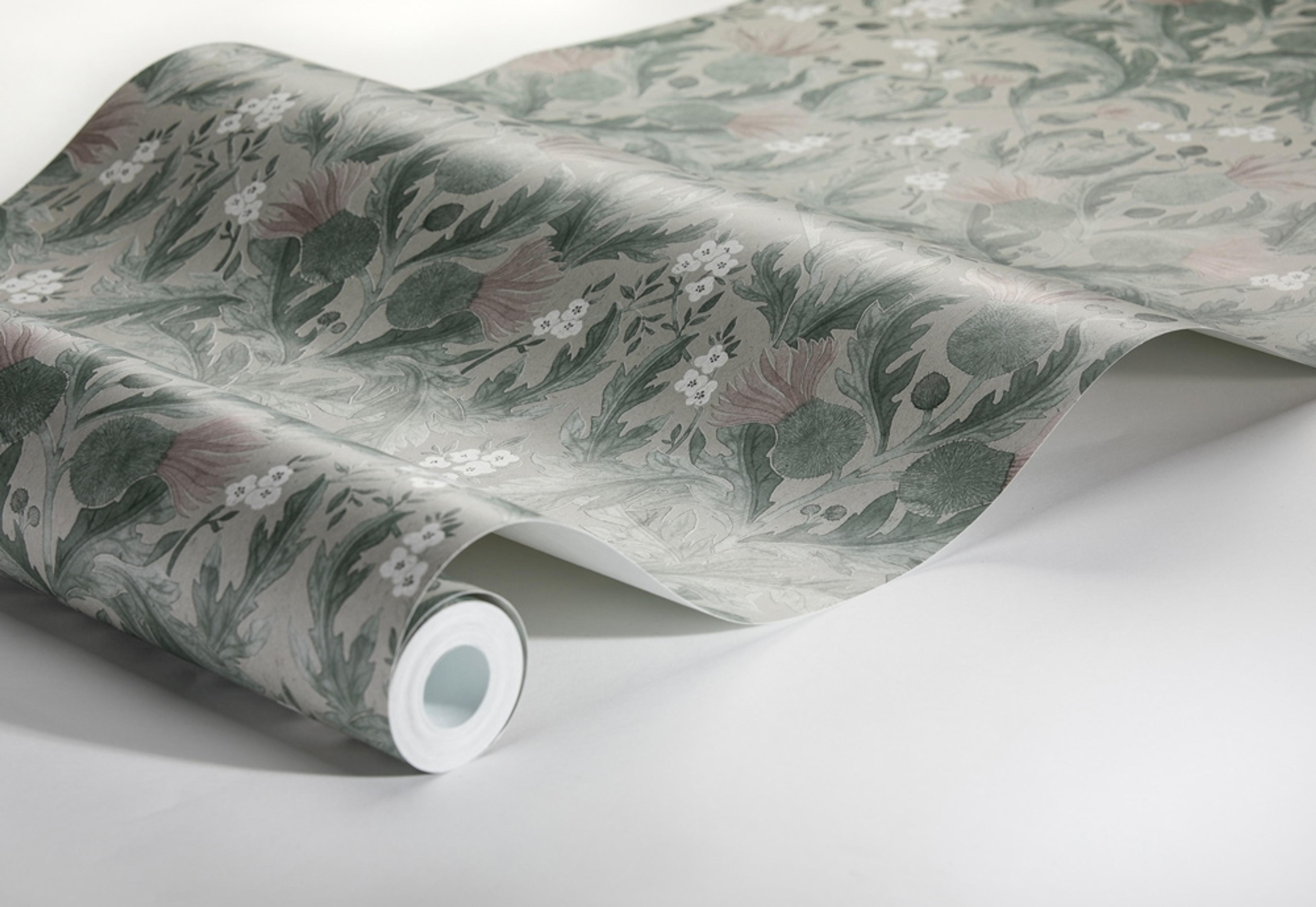 Thistle, grön tapet från Boråstapeter med blommigt mönster i grå och grön. Från kollektionen In Bloom. Nonwoven-material med rak passning. Country, city-stil. Passar i vardagsrum, sovrum och hall.​​​​‌﻿‍﻿​‍​‍‌‍﻿﻿‌﻿​‍‌‍‍‌‌‍‌﻿‌‍‍‌‌‍﻿‍​‍​‍​﻿‍‍​‍​‍‌﻿​﻿‌‍​‌‌‍﻿‍‌‍‍‌‌﻿‌​‌﻿‍‌​‍﻿‍‌‍‍‌‌‍﻿﻿​‍​‍​‍﻿​​‍​‍‌‍‍​‌﻿​‍‌‍‌‌‌‍‌‍​‍​‍​﻿‍‍​‍​‍‌‍‍​‌﻿‌​‌﻿‌​‌﻿​​‌﻿​﻿​﻿‍‍​‍﻿﻿​‍﻿﻿‌﻿‌﻿‌﻿‌﻿‌﻿‌﻿​‍﻿‍‌‍​﻿‌‍﻿﻿‌‍﻿​‌‍﻿﻿‌﻿​‍‌‍​‌‌‍﻿‌‌‍​‌​‍﻿‍‌﻿​﻿‌‍‌‌​‍﻿﻿‌﻿​﻿‌﻿‌​‌﻿‌‌‌‍‌​‌‍‍‌‌‍﻿﻿​‍﻿﻿‌‍‍‌‌‍﻿‍‌﻿‌​‌‍‌‌‌‍﻿‍‌﻿‌​​‍﻿﻿‌‍‌‌‌‍‌​‌‍‍‌‌﻿‌​​‍﻿﻿‌‍﻿‌‌‍﻿﻿‌‍‌​‌‍‌‌​﻿﻿‌‌﻿​​‌﻿​‍‌‍‌‌‌﻿​﻿‌‍‌‌‌‍﻿‍‌﻿‌​‌‍​‌‌﻿‌​‌‍‍‌‌‍﻿﻿‌‍﻿‍​﻿‍﻿‌‍‍‌‌‍‌​​﻿﻿‌‌‍‍‌‌‍﻿‌‌‍​‌‌‍‌﻿‌‍‌‌​‍﻿‌​﻿‌​‌‍​‍​﻿‍​​﻿‌‍​﻿‌​‌‍‌‌‌‍​‍​﻿‍‌​﻿​‌​﻿‌​​﻿​​‌‍‌​​﻿​﻿​﻿‍‌​﻿​﻿‌‍‌‌​﻿‌‍​﻿​‍‌‍​‍‌‍​‌​﻿​‌​﻿‌‍‌‍​‌‌‍​‌​﻿‌‌​﻿‌﻿‌‍‌‌​﻿​﻿‌‍‌‌​﻿‍‌‌‍​‍​﻿​​‌‍​‍​﻿‌﻿​﻿‌﻿​﻿‌​‌‍‌‍​﻿‌‌‌‍​‌‌‍‌‍​‍﻿‌​﻿​‌​﻿​​​﻿​​​﻿​​‌﻿‍​​﻿‌‍​﻿‍​​﻿‍‌​‍﻿‌‌‍‍‍‌﻿​​‌‍‌﻿​﻿‍﻿‌﻿‌​‌﻿‍‌‌﻿​​‌‍‌‌​﻿﻿‌‌﻿​﻿‌‍​‌‌‍﻿‍‌‍‍‌‌﻿‌​‌﻿‍‌​‍﻿‍‌‍‍‌‌‍﻿‌‌‍​‌‌‍‌﻿‌‍‌‌‌​​‌‌﻿​﻿‌﻿​﻿‌‍‌‌‌﻿‌​​﻿‍﻿‌﻿​​‌‍​‌‌﻿‌​‌‍‍​​﻿﻿‌‌‍​‌‌‍﻿​‌﻿‌​‌‌‌​‌‍‌‌‌﻿‍​‌﻿‌​​﻿﻿﻿‌‍​‍‌‍​‌‌﻿​﻿‌‍‌‌‌‌‌‌‌﻿​‍‌‍﻿​​﻿﻿‌‌‍‍​‌﻿‌​‌﻿‌​‌﻿​​‌﻿​﻿​‍‌‌​﻿​﻿‌​​‌​‍‌‌​﻿​‍‌​‌‍​‍‌‌​﻿​‍‌​‌‍‌﻿‌﻿‌﻿‌﻿‌﻿‌﻿​‍﻿‍‌‍​﻿‌‍﻿﻿‌‍﻿​‌‍﻿﻿‌﻿​‍‌‍​‌‌‍﻿‌‌‍​‌​‍﻿‍‌﻿​﻿‌‍‌‌​‍‌‌​﻿​‍‌​‌‍‌﻿​﻿‌﻿‌​‌﻿‌‌‌‍‌​‌‍‍‌‌‍﻿﻿​‍‌‍‌‍‍‌‌‍‌​​﻿﻿‌‌‍‍‌‌‍﻿‌‌‍​‌‌‍‌﻿‌‍‌‌​‍﻿‌​﻿‌​‌‍​‍​﻿‍​​﻿‌‍​﻿‌​‌‍‌‌‌‍​‍​﻿‍‌​﻿​‌​﻿‌​​﻿​​‌‍‌​​﻿​﻿​﻿‍‌​﻿​﻿‌‍‌‌​﻿‌‍​﻿​‍‌‍​‍‌‍​‌​﻿​‌​﻿‌‍‌‍​‌‌‍​‌​﻿‌‌​﻿‌﻿‌‍‌‌​﻿​﻿‌‍‌‌​﻿‍‌‌‍​‍​﻿​​‌‍​‍​﻿‌﻿​﻿‌﻿​﻿‌​‌‍‌‍​﻿‌‌‌‍​‌‌‍‌‍​‍﻿‌​﻿​‌​﻿​​​﻿​​​﻿​​‌﻿‍​​﻿‌‍​﻿‍​​﻿‍‌​‍﻿‌‌‍‍‍‌﻿​​‌‍‌﻿​‍‌‍‌﻿‌​‌﻿‍‌‌﻿​​‌‍‌‌​﻿﻿‌‌﻿​﻿‌‍​‌‌‍﻿‍‌‍‍‌‌﻿‌​‌﻿‍‌​‍﻿‍‌‍‍‌‌‍﻿‌‌‍​‌‌‍‌﻿‌‍‌‌‌​​‌‌﻿​﻿‌﻿​﻿‌‍‌‌‌﻿‌​​‍‌‍‌﻿​​‌‍​‌‌﻿‌​‌‍‍​​﻿﻿‌‌‍​‌‌‍﻿​‌﻿‌​‌‌‌​‌‍‌‌‌﻿‍​‌﻿‌​​‍‌‍‌﻿​​‌‍‌‌‌﻿​‍‌﻿​﻿‌﻿​​‌‍‌‌‌‍​﻿‌﻿‌​‌‍‍‌‌﻿‌‍‌‍‌‌​﻿﻿‌‌﻿​​‌﻿‌‌‌‍​‍‌‍﻿​‌‍‍‌‌﻿​﻿‌‍‍​‌‍‌‌‌‍‌​​‍​‍‌﻿﻿‌