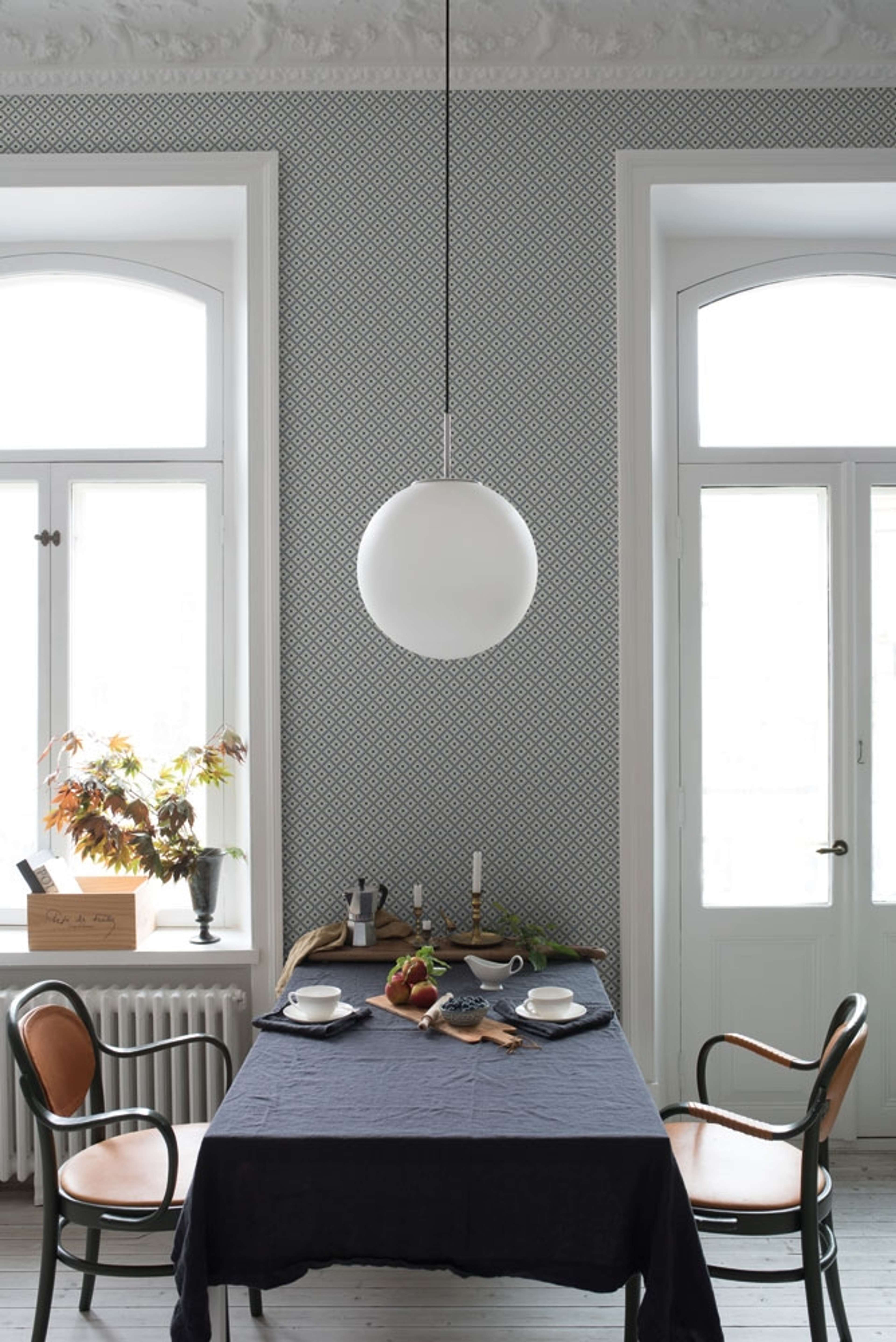 Skärhamn rutmönster, vit, blå och silver tapet från Midbec med rutigt mönster i vit. Från kollektionen Apelviken. Nonwoven-material med rak passning.​​​​‌﻿‍﻿​‍​‍‌‍﻿﻿‌﻿​‍‌‍‍‌‌‍‌﻿‌‍‍‌‌‍﻿‍​‍​‍​﻿‍‍​‍​‍‌﻿​﻿‌‍​‌‌‍﻿‍‌‍‍‌‌﻿‌​‌﻿‍‌​‍﻿‍‌‍‍‌‌‍﻿﻿​‍​‍​‍﻿​​‍​‍‌‍‍​‌﻿​‍‌‍‌‌‌‍‌‍​‍​‍​﻿‍‍​‍​‍‌‍‍​‌﻿‌​‌﻿‌​‌﻿​​‌﻿​﻿​﻿‍‍​‍﻿﻿​‍﻿﻿‌﻿‌﻿‌﻿‌﻿‌﻿‌﻿​‍﻿‍‌‍​﻿‌‍﻿﻿‌‍﻿​‌‍﻿﻿‌﻿​‍‌‍​‌‌‍﻿‌‌‍​‌​‍﻿‍‌﻿​﻿‌‍‌‌​‍﻿﻿‌﻿​﻿‌﻿‌​‌﻿‌‌‌‍‌​‌‍‍‌‌‍﻿﻿​‍﻿﻿‌‍‍‌‌‍﻿‍‌﻿‌​‌‍‌‌‌‍﻿‍‌﻿‌​​‍﻿﻿‌‍‌‌‌‍‌​‌‍‍‌‌﻿‌​​‍﻿﻿‌‍﻿‌‌‍﻿﻿‌‍‌​‌‍‌‌​﻿﻿‌‌﻿​​‌﻿​‍‌‍‌‌‌﻿​﻿‌‍‌‌‌‍﻿‍‌﻿‌​‌‍​‌‌﻿‌​‌‍‍‌‌‍﻿﻿‌‍﻿‍​﻿‍﻿‌‍‍‌‌‍‌​​﻿﻿‌‌‍‍‌‌‍﻿‌‌‍​‌‌‍‌﻿‌‍‌‌​‍﻿‌​﻿‌​‌‍​‍‌‍‌‍‌‍​‌‌‍‌​​﻿‍‌‌‍‌‍​﻿​﻿‌‍​‍‌‍​‌​﻿‍​‌‍‌‍‌‍‌‍​﻿‌﻿​﻿​﻿​﻿‌‍‌‍‌​‌‍‌​‌‍​‌​﻿‌​‌‍​﻿​﻿‌​​﻿​‍‌‍​‍​﻿‌﻿‌‍‌​‌‍‌​‌‍‌​​﻿‍‌​﻿‍​​﻿‌‍‌‍‌​‌‍​‌​﻿‍​​﻿‌﻿‌‍​﻿‌‍‌‌‌‍​‌​﻿‌‍‌‍​‌​‍﻿‌​﻿‌‍​﻿‌‍​﻿‍​‌﻿‍​​﻿​‌​﻿​​​﻿​​​﻿​​​‍﻿‌‌‍‍‍‌﻿​​‌‍‌﻿​﻿‍﻿‌﻿‌​‌﻿‍‌‌﻿​​‌‍‌‌​﻿﻿‌‌﻿​﻿‌‍​‌‌‍﻿‍‌‍‍‌‌﻿‌​‌﻿‍‌​‍﻿‍‌‍‍‌‌‍﻿‌‌‍​‌‌‍‌﻿‌‍‌‌‌​​‌‌﻿​﻿‌﻿​﻿‌‍‌‌‌﻿‌​​﻿‍﻿‌﻿​​‌‍​‌‌﻿‌​‌‍‍​​﻿﻿‌‌‍​‌‌‍﻿​‌﻿‌​‌‌‌​‌‍‌‌‌﻿‍​‌﻿‌​​﻿﻿﻿‌‍​‍‌‍​‌‌﻿​﻿‌‍‌‌‌‌‌‌‌﻿​‍‌‍﻿​​﻿﻿‌‌‍‍​‌﻿‌​‌﻿‌​‌﻿​​‌﻿​﻿​‍‌‌​﻿​﻿‌​​‌​‍‌‌​﻿​‍‌​‌‍​‍‌‌​﻿​‍‌​‌‍‌﻿‌﻿‌﻿‌﻿‌﻿‌﻿​‍﻿‍‌‍​﻿‌‍﻿﻿‌‍﻿​‌‍﻿﻿‌﻿​‍‌‍​‌‌‍﻿‌‌‍​‌​‍﻿‍‌﻿​﻿‌‍‌‌​‍‌‌​﻿​‍‌​‌‍‌﻿​﻿‌﻿‌​‌﻿‌‌‌‍‌​‌‍‍‌‌‍﻿﻿​‍‌‍‌‍‍‌‌‍‌​​﻿﻿‌‌‍‍‌‌‍﻿‌‌‍​‌‌‍‌﻿‌‍‌‌​‍﻿‌​﻿‌​‌‍​‍‌‍‌‍‌‍​‌‌‍‌​​﻿‍‌‌‍‌‍​﻿​﻿‌‍​‍‌‍​‌​﻿‍​‌‍‌‍‌‍‌‍​﻿‌﻿​﻿​﻿​﻿‌‍‌‍‌​‌‍‌​‌‍​‌​﻿‌​‌‍​﻿​﻿‌​​﻿​‍‌‍​‍​﻿‌﻿‌‍‌​‌‍‌​‌‍‌​​﻿‍‌​﻿‍​​﻿‌‍‌‍‌​‌‍​‌​﻿‍​​﻿‌﻿‌‍​﻿‌‍‌‌‌‍​‌​﻿‌‍‌‍​‌​‍﻿‌​﻿‌‍​﻿‌‍​﻿‍​‌﻿‍​​﻿​‌​﻿​​​﻿​​​﻿​​​‍﻿‌‌‍‍‍‌﻿​​‌‍‌﻿​‍‌‍‌﻿‌​‌﻿‍‌‌﻿​​‌‍‌‌​﻿﻿‌‌﻿​﻿‌‍​‌‌‍﻿‍‌‍‍‌‌﻿‌​‌﻿‍‌​‍﻿‍‌‍‍‌‌‍﻿‌‌‍​‌‌‍‌﻿‌‍‌‌‌​​‌‌﻿​﻿‌﻿​﻿‌‍‌‌‌﻿‌​​‍‌‍‌﻿​​‌‍​‌‌﻿‌​‌‍‍​​﻿﻿‌‌‍​‌‌‍﻿​‌﻿‌​‌‌‌​‌‍‌‌‌﻿‍​‌﻿‌​​‍‌‍‌﻿​​‌‍‌‌‌﻿​‍‌﻿​﻿‌﻿​​‌‍‌‌‌‍​﻿‌﻿‌​‌‍‍‌‌﻿‌‍‌‍‌‌​﻿﻿‌‌﻿​​‌﻿‌‌‌‍​‍‌‍﻿​‌‍‍‌‌﻿​﻿‌‍‍​‌‍‌‌‌‍‌​​‍​‍‌﻿﻿‌