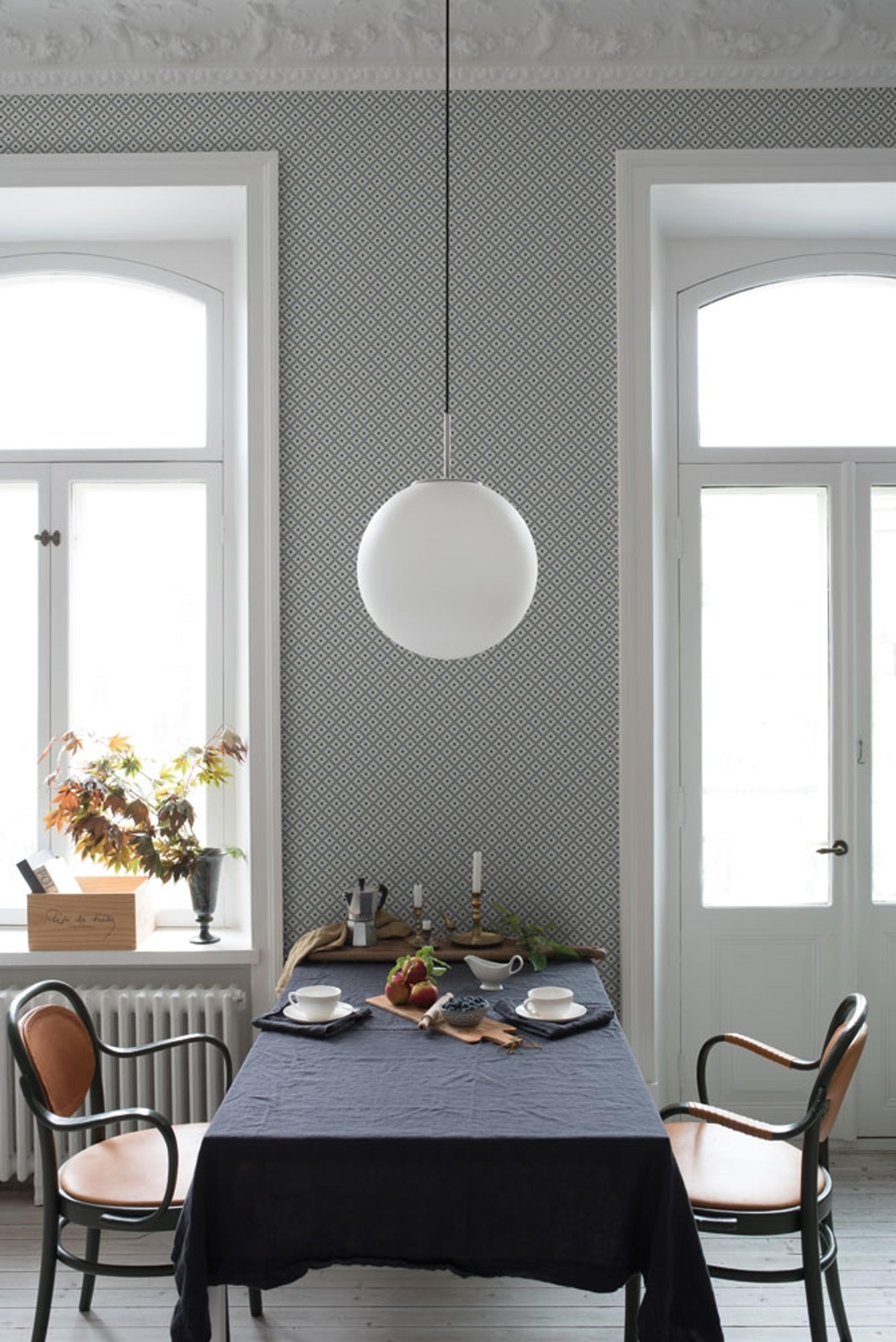 Skärhamn rutmönster, vit, blå och silver tapet från Midbec med rutigt mönster i vit. Från kollektionen Apelviken. Nonwoven-material med rak passning.​​​​‌﻿‍﻿​‍​‍‌‍﻿﻿‌﻿​‍‌‍‍‌‌‍‌﻿‌‍‍‌‌‍﻿‍​‍​‍​﻿‍‍​‍​‍‌﻿​﻿‌‍​‌‌‍﻿‍‌‍‍‌‌﻿‌​‌﻿‍‌​‍﻿‍‌‍‍‌‌‍﻿﻿​‍​‍​‍﻿​​‍​‍‌‍‍​‌﻿​‍‌‍‌‌‌‍‌‍​‍​‍​﻿‍‍​‍​‍‌‍‍​‌﻿‌​‌﻿‌​‌﻿​​‌﻿​﻿​﻿‍‍​‍﻿﻿​‍﻿﻿‌﻿‌﻿‌﻿‌﻿‌﻿‌﻿​‍﻿‍‌‍​﻿‌‍﻿﻿‌‍﻿​‌‍﻿﻿‌﻿​‍‌‍​‌‌‍﻿‌‌‍​‌​‍﻿‍‌﻿​﻿‌‍‌‌​‍﻿﻿‌﻿​﻿‌﻿‌​‌﻿‌‌‌‍‌​‌‍‍‌‌‍﻿﻿​‍﻿﻿‌‍‍‌‌‍﻿‍‌﻿‌​‌‍‌‌‌‍﻿‍‌﻿‌​​‍﻿﻿‌‍‌‌‌‍‌​‌‍‍‌‌﻿‌​​‍﻿﻿‌‍﻿‌‌‍﻿﻿‌‍‌​‌‍‌‌​﻿﻿‌‌﻿​​‌﻿​‍‌‍‌‌‌﻿​﻿‌‍‌‌‌‍﻿‍‌﻿‌​‌‍​‌‌﻿‌​‌‍‍‌‌‍﻿﻿‌‍﻿‍​﻿‍﻿‌‍‍‌‌‍‌​​﻿﻿‌‌‍‍‌‌‍﻿‌‌‍​‌‌‍‌﻿‌‍‌‌​‍﻿‌​﻿‌​‌‍​‍‌‍‌‍‌‍​‌‌‍‌​​﻿‍‌‌‍‌‍​﻿​﻿‌‍​‍‌‍​‌​﻿‍​‌‍‌‍‌‍‌‍​﻿‌﻿​﻿​﻿​﻿‌‍‌‍‌​‌‍‌​‌‍​‌​﻿‌​‌‍​﻿​﻿‌​​﻿​‍‌‍​‍​﻿‌﻿‌‍‌​‌‍‌​‌‍‌​​﻿‍‌​﻿‍​​﻿‌‍‌‍‌​‌‍​‌​﻿‍​​﻿‌﻿‌‍​﻿‌‍‌‌‌‍​‌​﻿‌‍‌‍​‌​‍﻿‌​﻿‌‍​﻿‌‍​﻿‍​‌﻿‍​​﻿​‌​﻿​​​﻿​​​﻿​​​‍﻿‌‌‍‍‍‌﻿​​‌‍‌﻿​﻿‍﻿‌﻿‌​‌﻿‍‌‌﻿​​‌‍‌‌​﻿﻿‌‌﻿​﻿‌‍​‌‌‍﻿‍‌‍‍‌‌﻿‌​‌﻿‍‌​‍﻿‍‌‍‍‌‌‍﻿‌‌‍​‌‌‍‌﻿‌‍‌‌‌​​‌‌﻿​﻿‌﻿​﻿‌‍‌‌‌﻿‌​​﻿‍﻿‌﻿​​‌‍​‌‌﻿‌​‌‍‍​​﻿﻿‌‌‍​‌‌‍﻿​‌﻿‌​‌‌‌​‌‍‌‌‌﻿‍​‌﻿‌​​﻿﻿﻿‌‍​‍‌‍​‌‌﻿​﻿‌‍‌‌‌‌‌‌‌﻿​‍‌‍﻿​​﻿﻿‌‌‍‍​‌﻿‌​‌﻿‌​‌﻿​​‌﻿​﻿​‍‌‌​﻿​﻿‌​​‌​‍‌‌​﻿​‍‌​‌‍​‍‌‌​﻿​‍‌​‌‍‌﻿‌﻿‌﻿‌﻿‌﻿‌﻿​‍﻿‍‌‍​﻿‌‍﻿﻿‌‍﻿​‌‍﻿﻿‌﻿​‍‌‍​‌‌‍﻿‌‌‍​‌​‍﻿‍‌﻿​﻿‌‍‌‌​‍‌‌​﻿​‍‌​‌‍‌﻿​﻿‌﻿‌​‌﻿‌‌‌‍‌​‌‍‍‌‌‍﻿﻿​‍‌‍‌‍‍‌‌‍‌​​﻿﻿‌‌‍‍‌‌‍﻿‌‌‍​‌‌‍‌﻿‌‍‌‌​‍﻿‌​﻿‌​‌‍​‍‌‍‌‍‌‍​‌‌‍‌​​﻿‍‌‌‍‌‍​﻿​﻿‌‍​‍‌‍​‌​﻿‍​‌‍‌‍‌‍‌‍​﻿‌﻿​﻿​﻿​﻿‌‍‌‍‌​‌‍‌​‌‍​‌​﻿‌​‌‍​﻿​﻿‌​​﻿​‍‌‍​‍​﻿‌﻿‌‍‌​‌‍‌​‌‍‌​​﻿‍‌​﻿‍​​﻿‌‍‌‍‌​‌‍​‌​﻿‍​​﻿‌﻿‌‍​﻿‌‍‌‌‌‍​‌​﻿‌‍‌‍​‌​‍﻿‌​﻿‌‍​﻿‌‍​﻿‍​‌﻿‍​​﻿​‌​﻿​​​﻿​​​﻿​​​‍﻿‌‌‍‍‍‌﻿​​‌‍‌﻿​‍‌‍‌﻿‌​‌﻿‍‌‌﻿​​‌‍‌‌​﻿﻿‌‌﻿​﻿‌‍​‌‌‍﻿‍‌‍‍‌‌﻿‌​‌﻿‍‌​‍﻿‍‌‍‍‌‌‍﻿‌‌‍​‌‌‍‌﻿‌‍‌‌‌​​‌‌﻿​﻿‌﻿​﻿‌‍‌‌‌﻿‌​​‍‌‍‌﻿​​‌‍​‌‌﻿‌​‌‍‍​​﻿﻿‌‌‍​‌‌‍﻿​‌﻿‌​‌‌‌​‌‍‌‌‌﻿‍​‌﻿‌​​‍‌‍‌﻿​​‌‍‌‌‌﻿​‍‌﻿​﻿‌﻿​​‌‍‌‌‌‍​﻿‌﻿‌​‌‍‍‌‌﻿‌‍‌‍‌‌​﻿﻿‌‌﻿​​‌﻿‌‌‌‍​‍‌‍﻿​‌‍‍‌‌﻿​﻿‌‍‍​‌‍‌‌‌‍‌​​‍​‍‌﻿﻿‌