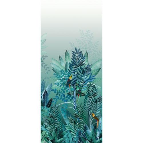 Tribute Jungle tapet tapet från Midbec med botaniskt mönster i grön. Från kollektionen Tribute. Nonwoven-material. Passar i vardagsrum, matsal och hall.