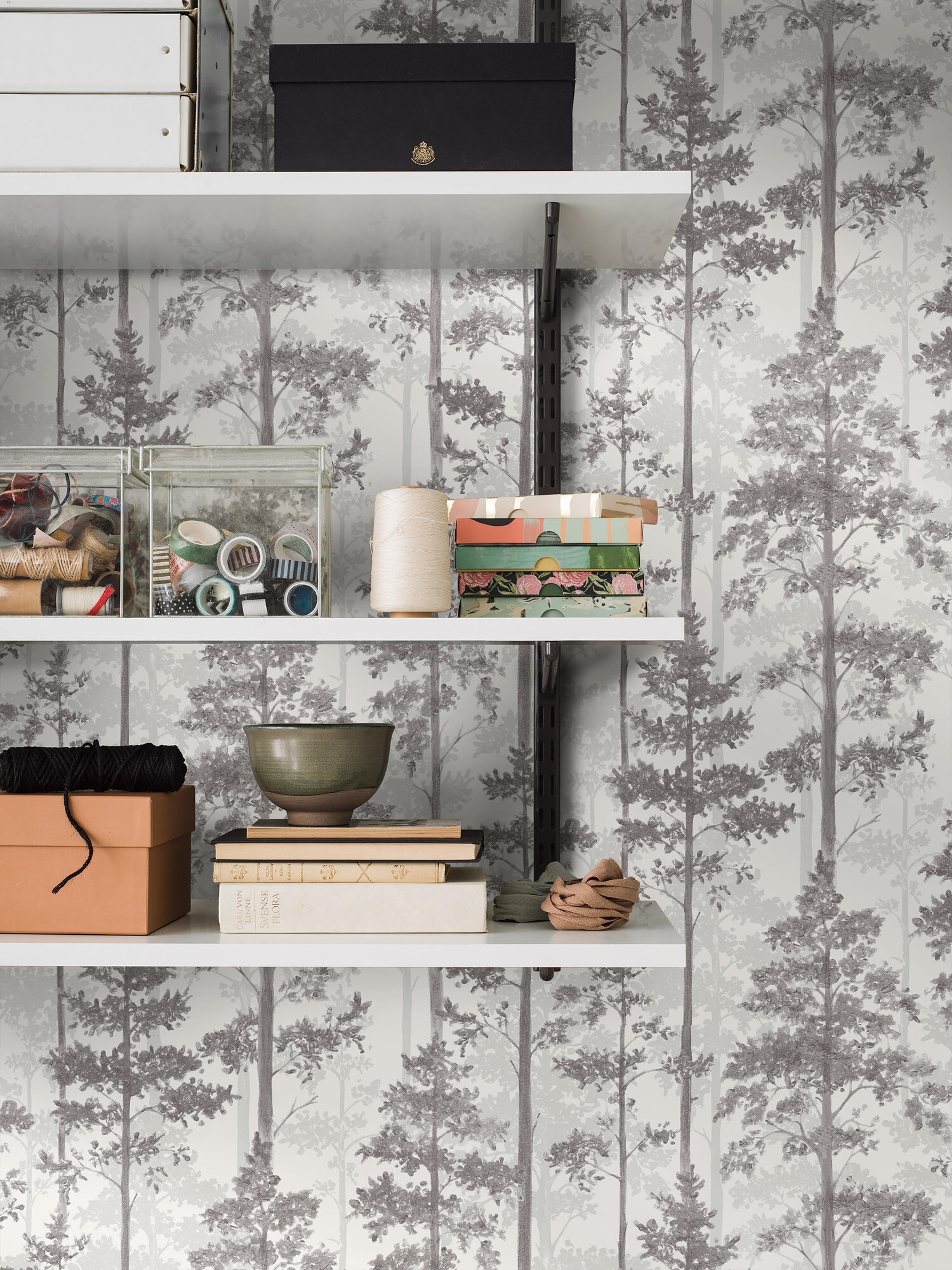 Ronja 38765, tapet tapet med botaniskt, grafiskt mönster i svart. Från kollektionen Borosan Hem. Nonwoven-material med förskjuten passning.​​​​‌﻿‍﻿​‍​‍‌‍﻿﻿‌﻿​‍‌‍‍‌‌‍‌﻿‌‍‍‌‌‍﻿‍​‍​‍​﻿‍‍​‍​‍‌﻿​﻿‌‍​‌‌‍﻿‍‌‍‍‌‌﻿‌​‌﻿‍‌​‍﻿‍‌‍‍‌‌‍﻿﻿​‍​‍​‍﻿​​‍​‍‌‍‍​‌﻿​‍‌‍‌‌‌‍‌‍​‍​‍​﻿‍‍​‍​‍‌‍‍​‌﻿‌​‌﻿‌​‌﻿​​‌﻿​﻿​﻿‍‍​‍﻿﻿​‍﻿﻿‌﻿‌﻿‌﻿‌﻿‌﻿‌﻿​‍﻿‍‌‍​﻿‌‍﻿﻿‌‍﻿​‌‍﻿﻿‌﻿​‍‌‍​‌‌‍﻿‌‌‍​‌​‍﻿‍‌﻿​﻿‌‍‌‌​‍﻿﻿‌﻿​﻿‌﻿‌​‌﻿‌‌‌‍‌​‌‍‍‌‌‍﻿﻿​‍﻿﻿‌‍‍‌‌‍﻿‍‌﻿‌​‌‍‌‌‌‍﻿‍‌﻿‌​​‍﻿﻿‌‍‌‌‌‍‌​‌‍‍‌‌﻿‌​​‍﻿﻿‌‍﻿‌‌‍﻿﻿‌‍‌​‌‍‌‌​﻿﻿‌‌﻿​​‌﻿​‍‌‍‌‌‌﻿​﻿‌‍‌‌‌‍﻿‍‌﻿‌​‌‍​‌‌﻿‌​‌‍‍‌‌‍﻿﻿‌‍﻿‍​﻿‍﻿‌‍‍‌‌‍‌​​﻿﻿‌‌‍‍‌‌‍﻿‌‌‍​‌‌‍‌﻿‌‍‌‌​‍﻿‌​﻿‌​‌‍‌‍​﻿‌‍​﻿‌‍‌‍​﻿‌‍​﻿​﻿​​​﻿‍​​﻿‍‌​﻿​‍​﻿‍​‌‍‌‍​﻿​​​﻿‍‌​﻿​‌‌‍‌​‌‍‌‍​﻿​‌​﻿‍‌‌‍‌​​﻿‍​​﻿‌﻿​﻿​﻿‌‍​‍​﻿​‌‌‍​﻿​﻿​​‌‍‌‍‌‍​‌​﻿‌‍​﻿‍‌​﻿​﻿‌‍‌‍​﻿‌​​﻿​‍​﻿​‍‌‍‌‌​﻿​​‌‍​‌‌‍‌‌​‍﻿‌​﻿​‌​﻿‌‌​﻿​​​﻿​​‌﻿‍​​﻿​‍​﻿​​​﻿​​​﻿​​​‍﻿‌‌‍‍‍‌﻿​​‌‍‌﻿​﻿‍﻿‌﻿‌​‌﻿‍‌‌﻿​​‌‍‌‌​﻿﻿‌‌﻿​﻿‌‍​‌‌‍﻿‍‌‍‍‌‌﻿‌​‌﻿‍‌​‍﻿‍‌‍‍‌‌‍﻿‌‌‍​‌‌‍‌﻿‌‍‌‌‌​​‌‌﻿​﻿‌﻿​﻿‌‍‌‌‌﻿‌​​﻿‍﻿‌﻿​​‌‍​‌‌﻿‌​‌‍‍​​﻿﻿‌‌‍​‌‌‍﻿​‌﻿‌​‌‌‌​‌‍‌‌‌﻿‍​‌﻿‌​​﻿﻿﻿‌‍​‍‌‍​‌‌﻿​﻿‌‍‌‌‌‌‌‌‌﻿​‍‌‍﻿​​﻿﻿‌‌‍‍​‌﻿‌​‌﻿‌​‌﻿​​‌﻿​﻿​‍‌‌​﻿​﻿‌​​‌​‍‌‌​﻿​‍‌​‌‍​‍‌‌​﻿​‍‌​‌‍‌﻿‌﻿‌﻿‌﻿‌﻿‌﻿​‍﻿‍‌‍​﻿‌‍﻿﻿‌‍﻿​‌‍﻿﻿‌﻿​‍‌‍​‌‌‍﻿‌‌‍​‌​‍﻿‍‌﻿​﻿‌‍‌‌​‍‌‌​﻿​‍‌​‌‍‌﻿​﻿‌﻿‌​‌﻿‌‌‌‍‌​‌‍‍‌‌‍﻿﻿​‍‌‍‌‍‍‌‌‍‌​​﻿﻿‌‌‍‍‌‌‍﻿‌‌‍​‌‌‍‌﻿‌‍‌‌​‍﻿‌​﻿‌​‌‍‌‍​﻿‌‍​﻿‌‍‌‍​﻿‌‍​﻿​﻿​​​﻿‍​​﻿‍‌​﻿​‍​﻿‍​‌‍‌‍​﻿​​​﻿‍‌​﻿​‌‌‍‌​‌‍‌‍​﻿​‌​﻿‍‌‌‍‌​​﻿‍​​﻿‌﻿​﻿​﻿‌‍​‍​﻿​‌‌‍​﻿​﻿​​‌‍‌‍‌‍​‌​﻿‌‍​﻿‍‌​﻿​﻿‌‍‌‍​﻿‌​​﻿​‍​﻿​‍‌‍‌‌​﻿​​‌‍​‌‌‍‌‌​‍﻿‌​﻿​‌​﻿‌‌​﻿​​​﻿​​‌﻿‍​​﻿​‍​﻿​​​﻿​​​﻿​​​‍﻿‌‌‍‍‍‌﻿​​‌‍‌﻿​‍‌‍‌﻿‌​‌﻿‍‌‌﻿​​‌‍‌‌​﻿﻿‌‌﻿​﻿‌‍​‌‌‍﻿‍‌‍‍‌‌﻿‌​‌﻿‍‌​‍﻿‍‌‍‍‌‌‍﻿‌‌‍​‌‌‍‌﻿‌‍‌‌‌​​‌‌﻿​﻿‌﻿​﻿‌‍‌‌‌﻿‌​​‍‌‍‌﻿​​‌‍​‌‌﻿‌​‌‍‍​​﻿﻿‌‌‍​‌‌‍﻿​‌﻿‌​‌‌‌​‌‍‌‌‌﻿‍​‌﻿‌​​‍‌‍‌﻿​​‌‍‌‌‌﻿​‍‌﻿​﻿‌﻿​​‌‍‌‌‌‍​﻿‌﻿‌​‌‍‍‌‌﻿‌‍‌‍‌‌​﻿﻿‌‌﻿​​‌﻿‌‌‌‍​‍‌‍﻿​‌‍‍‌‌﻿​﻿‌‍‍​‌‍‌‌‌‍‌​​‍​‍‌﻿﻿‌