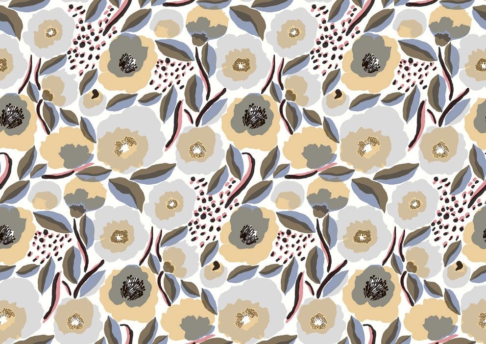 Rosarium tapet med blommigt mönster i beige. Från kollektionen Marimekko 6. Nonwoven-material med rak passning.