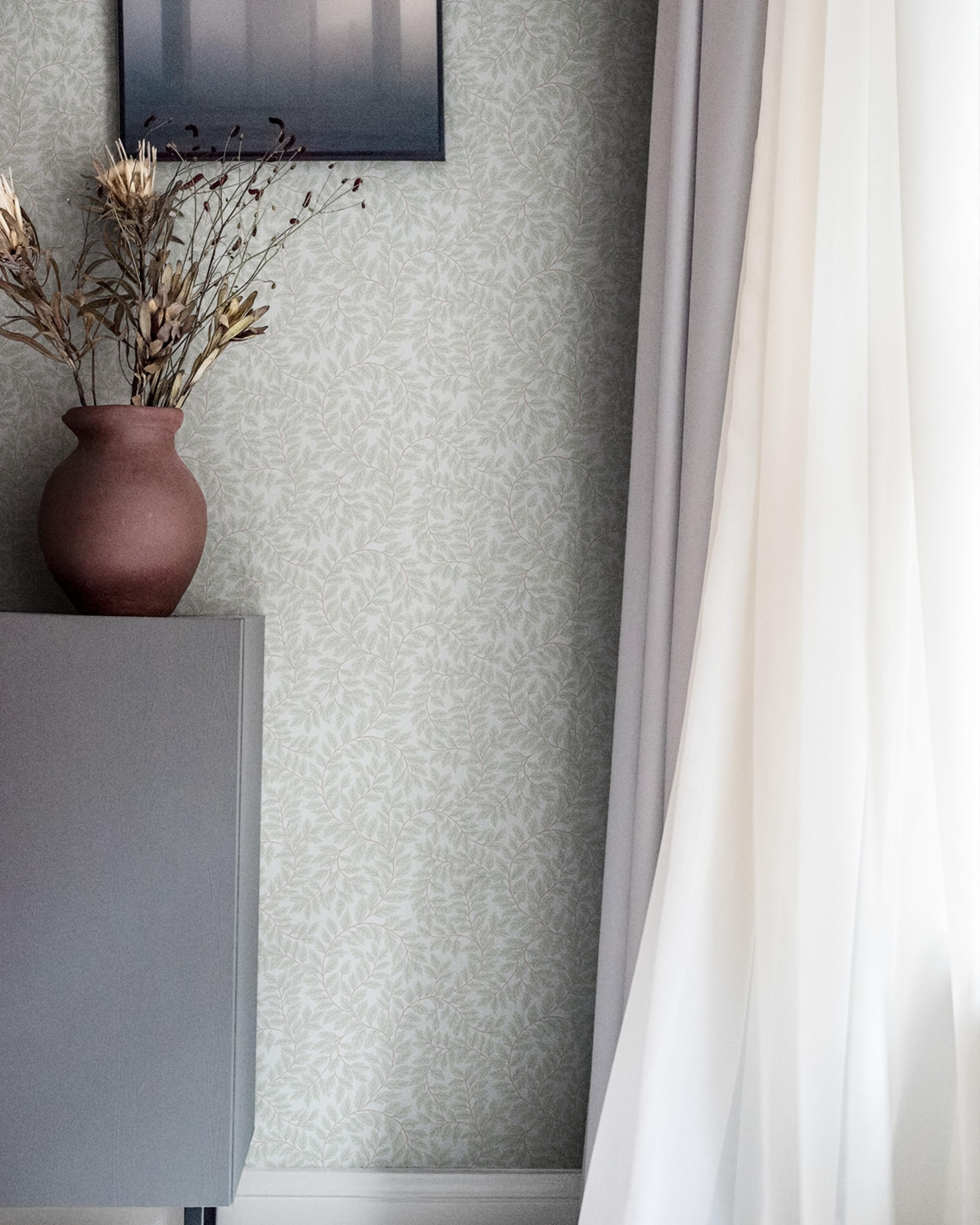 Lindlöv tapet med botaniskt mönster i grå. Från kollektionen Fågelsång. Nonwoven-material med rak passning.​​​​‌﻿‍﻿​‍​‍‌‍﻿﻿‌﻿​‍‌‍‍‌‌‍‌﻿‌‍‍‌‌‍﻿‍​‍​‍​﻿‍‍​‍​‍‌﻿​﻿‌‍​‌‌‍﻿‍‌‍‍‌‌﻿‌​‌﻿‍‌​‍﻿‍‌‍‍‌‌‍﻿﻿​‍​‍​‍﻿​​‍​‍‌‍‍​‌﻿​‍‌‍‌‌‌‍‌‍​‍​‍​﻿‍‍​‍​‍‌‍‍​‌﻿‌​‌﻿‌​‌﻿​​‌﻿​﻿​﻿‍‍​‍﻿﻿​‍﻿﻿‌﻿‌﻿‌﻿‌﻿‌﻿‌﻿​‍﻿‍‌‍​﻿‌‍﻿﻿‌‍﻿​‌‍﻿﻿‌﻿​‍‌‍​‌‌‍﻿‌‌‍​‌​‍﻿‍‌﻿​﻿‌‍‌‌​‍﻿﻿‌﻿​﻿‌﻿‌​‌﻿‌‌‌‍‌​‌‍‍‌‌‍﻿﻿​‍﻿﻿‌‍‍‌‌‍﻿‍‌﻿‌​‌‍‌‌‌‍﻿‍‌﻿‌​​‍﻿﻿‌‍‌‌‌‍‌​‌‍‍‌‌﻿‌​​‍﻿﻿‌‍﻿‌‌‍﻿﻿‌‍‌​‌‍‌‌​﻿﻿‌‌﻿​​‌﻿​‍‌‍‌‌‌﻿​﻿‌‍‌‌‌‍﻿‍‌﻿‌​‌‍​‌‌﻿‌​‌‍‍‌‌‍﻿﻿‌‍﻿‍​﻿‍﻿‌‍‍‌‌‍‌​​﻿﻿‌‌‍‍‌‌‍﻿‌‌‍​‌‌‍‌﻿‌‍‌‌​‍﻿‌​﻿‌‌‌‍​‌‌‍​‌​﻿​‌​﻿‌﻿‌‍​‌​﻿‌﻿‌‍‌‍​﻿‍‌​﻿‌‌​﻿​‌​﻿‌​‌‍​﻿​﻿‍​​﻿‌​‌‍​‌‌‍‌‍​﻿‌​‌‍‌​‌‍​‌​﻿​﻿​﻿‌‌​﻿​‍​﻿‌﻿​﻿‌‌‌‍​‍​﻿‍​​﻿‌‌​﻿‌‌​﻿​‍‌‍‌​​﻿‌​​﻿‍​​﻿​‌​﻿​‍‌‍​﻿​﻿‌​‌‍​‍​﻿​‍​﻿‌‍​‍﻿‌​﻿​‌​﻿​​​﻿‍​​﻿​​‌﻿‍​​﻿​‌​﻿​﻿​﻿‌‌​﻿​​​‍﻿‌‌‍‍‍‌﻿​​‌‍‌﻿​﻿‍﻿‌﻿‌​‌﻿‍‌‌﻿​​‌‍‌‌​﻿﻿‌‌﻿​﻿‌‍​‌‌‍﻿‍‌‍‍‌‌﻿‌​‌﻿‍‌​‍﻿‍‌‍‍‌‌‍﻿‌‌‍​‌‌‍‌﻿‌‍‌‌‌​​‌‌﻿​﻿‌﻿​﻿‌‍‌‌‌﻿‌​​﻿‍﻿‌﻿​​‌‍​‌‌﻿‌​‌‍‍​​﻿﻿‌‌‍​‌‌‍﻿​‌﻿‌​‌‌‌​‌‍‌‌‌﻿‍​‌﻿‌​​﻿﻿﻿‌‍​‍‌‍​‌‌﻿​﻿‌‍‌‌‌‌‌‌‌﻿​‍‌‍﻿​​﻿﻿‌‌‍‍​‌﻿‌​‌﻿‌​‌﻿​​‌﻿​﻿​‍‌‌​﻿​﻿‌​​‌​‍‌‌​﻿​‍‌​‌‍​‍‌‌​﻿​‍‌​‌‍‌﻿‌﻿‌﻿‌﻿‌﻿‌﻿​‍﻿‍‌‍​﻿‌‍﻿﻿‌‍﻿​‌‍﻿﻿‌﻿​‍‌‍​‌‌‍﻿‌‌‍​‌​‍﻿‍‌﻿​﻿‌‍‌‌​‍‌‌​﻿​‍‌​‌‍‌﻿​﻿‌﻿‌​‌﻿‌‌‌‍‌​‌‍‍‌‌‍﻿﻿​‍‌‍‌‍‍‌‌‍‌​​﻿﻿‌‌‍‍‌‌‍﻿‌‌‍​‌‌‍‌﻿‌‍‌‌​‍﻿‌​﻿‌‌‌‍​‌‌‍​‌​﻿​‌​﻿‌﻿‌‍​‌​﻿‌﻿‌‍‌‍​﻿‍‌​﻿‌‌​﻿​‌​﻿‌​‌‍​﻿​﻿‍​​﻿‌​‌‍​‌‌‍‌‍​﻿‌​‌‍‌​‌‍​‌​﻿​﻿​﻿‌‌​﻿​‍​﻿‌﻿​﻿‌‌‌‍​‍​﻿‍​​﻿‌‌​﻿‌‌​﻿​‍‌‍‌​​﻿‌​​﻿‍​​﻿​‌​﻿​‍‌‍​﻿​﻿‌​‌‍​‍​﻿​‍​﻿‌‍​‍﻿‌​﻿​‌​﻿​​​﻿‍​​﻿​​‌﻿‍​​﻿​‌​﻿​﻿​﻿‌‌​﻿​​​‍﻿‌‌‍‍‍‌﻿​​‌‍‌﻿​‍‌‍‌﻿‌​‌﻿‍‌‌﻿​​‌‍‌‌​﻿﻿‌‌﻿​﻿‌‍​‌‌‍﻿‍‌‍‍‌‌﻿‌​‌﻿‍‌​‍﻿‍‌‍‍‌‌‍﻿‌‌‍​‌‌‍‌﻿‌‍‌‌‌​​‌‌﻿​﻿‌﻿​﻿‌‍‌‌‌﻿‌​​‍‌‍‌﻿​​‌‍​‌‌﻿‌​‌‍‍​​﻿﻿‌‌‍​‌‌‍﻿​‌﻿‌​‌‌‌​‌‍‌‌‌﻿‍​‌﻿‌​​‍‌‍‌﻿​​‌‍‌‌‌﻿​‍‌﻿​﻿‌﻿​​‌‍‌‌‌‍​﻿‌﻿‌​‌‍‍‌‌﻿‌‍‌‍‌‌​﻿﻿‌‌﻿​​‌﻿‌‌‌‍​‍‌‍﻿​‌‍‍‌‌﻿​﻿‌‍‍​‌‍‌‌‌‍‌​​‍​‍‌﻿﻿‌