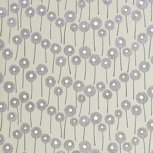 Meadow Snowberry tapet från Midbec med blommigt mönster i grön. Från kollektionen Pioneer. Nonwoven-material med förskjuten passning.