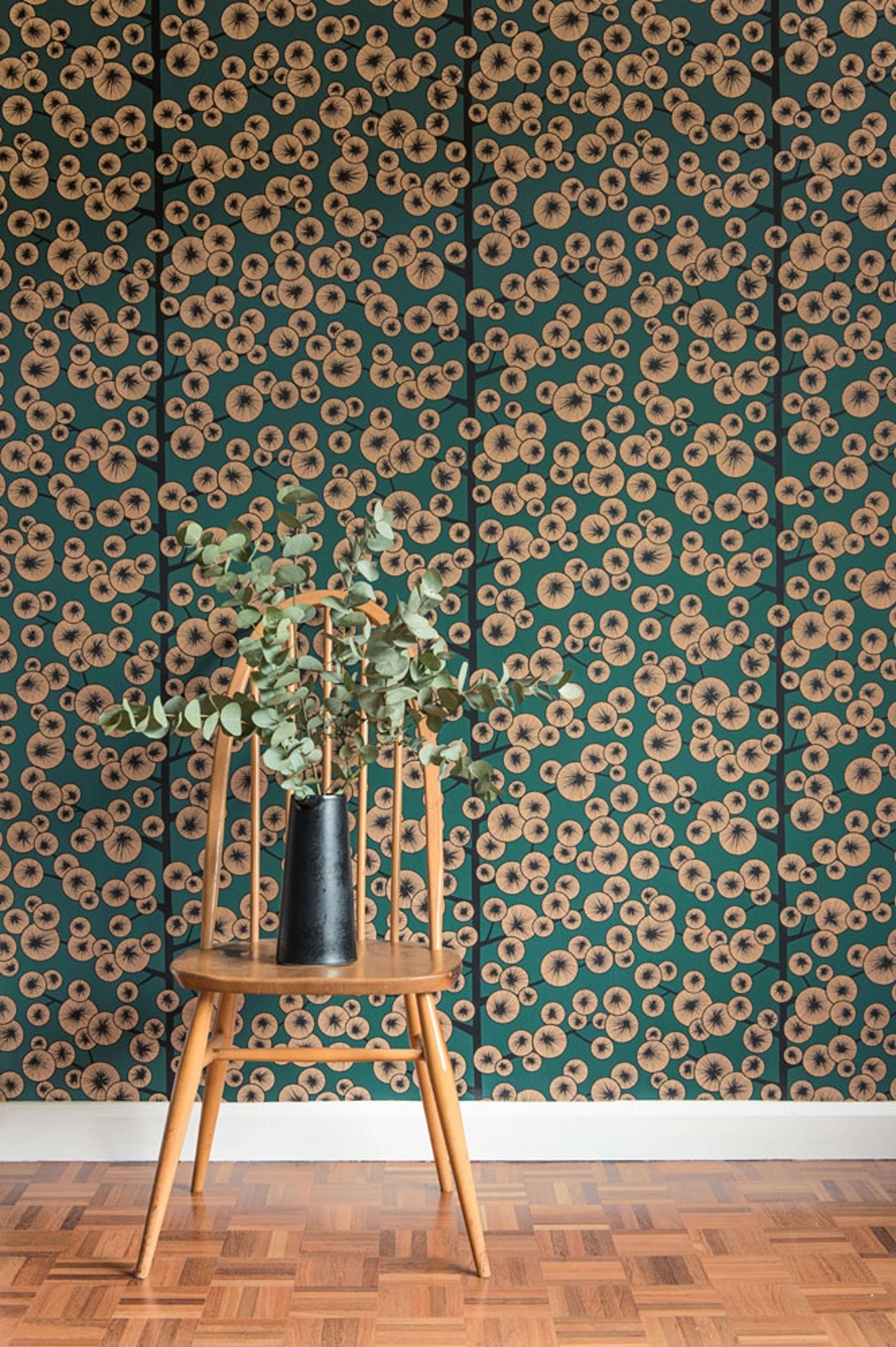 Cotton Tree tapet med grafiskt, retro mönster i grön. Från kollektionen signature. Nonwoven-material med rak passning.​​​​‌﻿‍﻿​‍​‍‌‍﻿﻿‌﻿​‍‌‍‍‌‌‍‌﻿‌‍‍‌‌‍﻿‍​‍​‍​﻿‍‍​‍​‍‌﻿​﻿‌‍​‌‌‍﻿‍‌‍‍‌‌﻿‌​‌﻿‍‌​‍﻿‍‌‍‍‌‌‍﻿﻿​‍​‍​‍﻿​​‍​‍‌‍‍​‌﻿​‍‌‍‌‌‌‍‌‍​‍​‍​﻿‍‍​‍​‍‌‍‍​‌﻿‌​‌﻿‌​‌﻿​​‌﻿​﻿​﻿‍‍​‍﻿﻿​‍﻿﻿‌﻿‌﻿‌﻿‌﻿‌﻿‌﻿​‍﻿‍‌‍​﻿‌‍﻿﻿‌‍﻿​‌‍﻿﻿‌﻿​‍‌‍​‌‌‍﻿‌‌‍​‌​‍﻿‍‌﻿​﻿‌‍‌‌​‍﻿﻿‌﻿​﻿‌﻿‌​‌﻿‌‌‌‍‌​‌‍‍‌‌‍﻿﻿​‍﻿﻿‌‍‍‌‌‍﻿‍‌﻿‌​‌‍‌‌‌‍﻿‍‌﻿‌​​‍﻿﻿‌‍‌‌‌‍‌​‌‍‍‌‌﻿‌​​‍﻿﻿‌‍﻿‌‌‍﻿﻿‌‍‌​‌‍‌‌​﻿﻿‌‌﻿​​‌﻿​‍‌‍‌‌‌﻿​﻿‌‍‌‌‌‍﻿‍‌﻿‌​‌‍​‌‌﻿‌​‌‍‍‌‌‍﻿﻿‌‍﻿‍​﻿‍﻿‌‍‍‌‌‍‌​​﻿﻿‌‌‍‍‌‌‍﻿‌‌‍​‌‌‍‌﻿‌‍‌‌​‍﻿‌​﻿‌‍​﻿​‌​﻿​​​﻿‍​‌‍‌​‌‍​‍​﻿‌‍‌‍‌​​﻿​​​﻿‍‌​﻿‍‌​﻿‌‌​﻿‍‌‌‍‌​​﻿‌﻿​﻿‌‌​﻿‌​‌‍‌‌​﻿‌​‌‍​‍‌‍‌​​﻿​‌​﻿‌‍​﻿‍​​﻿​​​﻿‌​​﻿‌﻿‌‍​﻿​﻿‌​​﻿‌﻿​﻿​‍‌‍​‍​﻿​​‌‍​﻿​﻿​‌‌‍​‍​﻿‌‌‌‍​‍​﻿​‌​﻿​﻿​‍﻿‌​﻿‌‍​﻿‌‍​﻿‌‌‌﻿‍​​﻿​‌​﻿​​​﻿​​​﻿​​​‍﻿‌‌‍‍‍‌﻿​​‌‍‌﻿​﻿‍﻿‌﻿‌​‌﻿‍‌‌﻿​​‌‍‌‌​﻿﻿‌‌﻿​﻿‌‍​‌‌‍﻿‍‌‍‍‌‌﻿‌​‌﻿‍‌​‍﻿‍‌‍‍‌‌‍﻿‌‌‍​‌‌‍‌﻿‌‍‌‌‌​​‌‌﻿​﻿‌﻿​﻿‌‍‌‌‌﻿‌​​﻿‍﻿‌﻿​​‌‍​‌‌﻿‌​‌‍‍​​﻿﻿‌‌‍​‌‌‍﻿​‌﻿‌​‌‌‌​‌‍‌‌‌﻿‍​‌﻿‌​​﻿﻿﻿‌‍​‍‌‍​‌‌﻿​﻿‌‍‌‌‌‌‌‌‌﻿​‍‌‍﻿​​﻿﻿‌‌‍‍​‌﻿‌​‌﻿‌​‌﻿​​‌﻿​﻿​‍‌‌​﻿​﻿‌​​‌​‍‌‌​﻿​‍‌​‌‍​‍‌‌​﻿​‍‌​‌‍‌﻿‌﻿‌﻿‌﻿‌﻿‌﻿​‍﻿‍‌‍​﻿‌‍﻿﻿‌‍﻿​‌‍﻿﻿‌﻿​‍‌‍​‌‌‍﻿‌‌‍​‌​‍﻿‍‌﻿​﻿‌‍‌‌​‍‌‌​﻿​‍‌​‌‍‌﻿​﻿‌﻿‌​‌﻿‌‌‌‍‌​‌‍‍‌‌‍﻿﻿​‍‌‍‌‍‍‌‌‍‌​​﻿﻿‌‌‍‍‌‌‍﻿‌‌‍​‌‌‍‌﻿‌‍‌‌​‍﻿‌​﻿‌‍​﻿​‌​﻿​​​﻿‍​‌‍‌​‌‍​‍​﻿‌‍‌‍‌​​﻿​​​﻿‍‌​﻿‍‌​﻿‌‌​﻿‍‌‌‍‌​​﻿‌﻿​﻿‌‌​﻿‌​‌‍‌‌​﻿‌​‌‍​‍‌‍‌​​﻿​‌​﻿‌‍​﻿‍​​﻿​​​﻿‌​​﻿‌﻿‌‍​﻿​﻿‌​​﻿‌﻿​﻿​‍‌‍​‍​﻿​​‌‍​﻿​﻿​‌‌‍​‍​﻿‌‌‌‍​‍​﻿​‌​﻿​﻿​‍﻿‌​﻿‌‍​﻿‌‍​﻿‌‌‌﻿‍​​﻿​‌​﻿​​​﻿​​​﻿​​​‍﻿‌‌‍‍‍‌﻿​​‌‍‌﻿​‍‌‍‌﻿‌​‌﻿‍‌‌﻿​​‌‍‌‌​﻿﻿‌‌﻿​﻿‌‍​‌‌‍﻿‍‌‍‍‌‌﻿‌​‌﻿‍‌​‍﻿‍‌‍‍‌‌‍﻿‌‌‍​‌‌‍‌﻿‌‍‌‌‌​​‌‌﻿​﻿‌﻿​﻿‌‍‌‌‌﻿‌​​‍‌‍‌﻿​​‌‍​‌‌﻿‌​‌‍‍​​﻿﻿‌‌‍​‌‌‍﻿​‌﻿‌​‌‌‌​‌‍‌‌‌﻿‍​‌﻿‌​​‍‌‍‌﻿​​‌‍‌‌‌﻿​‍‌﻿​﻿‌﻿​​‌‍‌‌‌‍​﻿‌﻿‌​‌‍‍‌‌﻿‌‍‌‍‌‌​﻿﻿‌‌﻿​​‌﻿‌‌‌‍​‍‌‍﻿​‌‍‍‌‌﻿​﻿‌‍‍​‌‍‌‌‌‍‌​​‍​‍‌﻿﻿‌