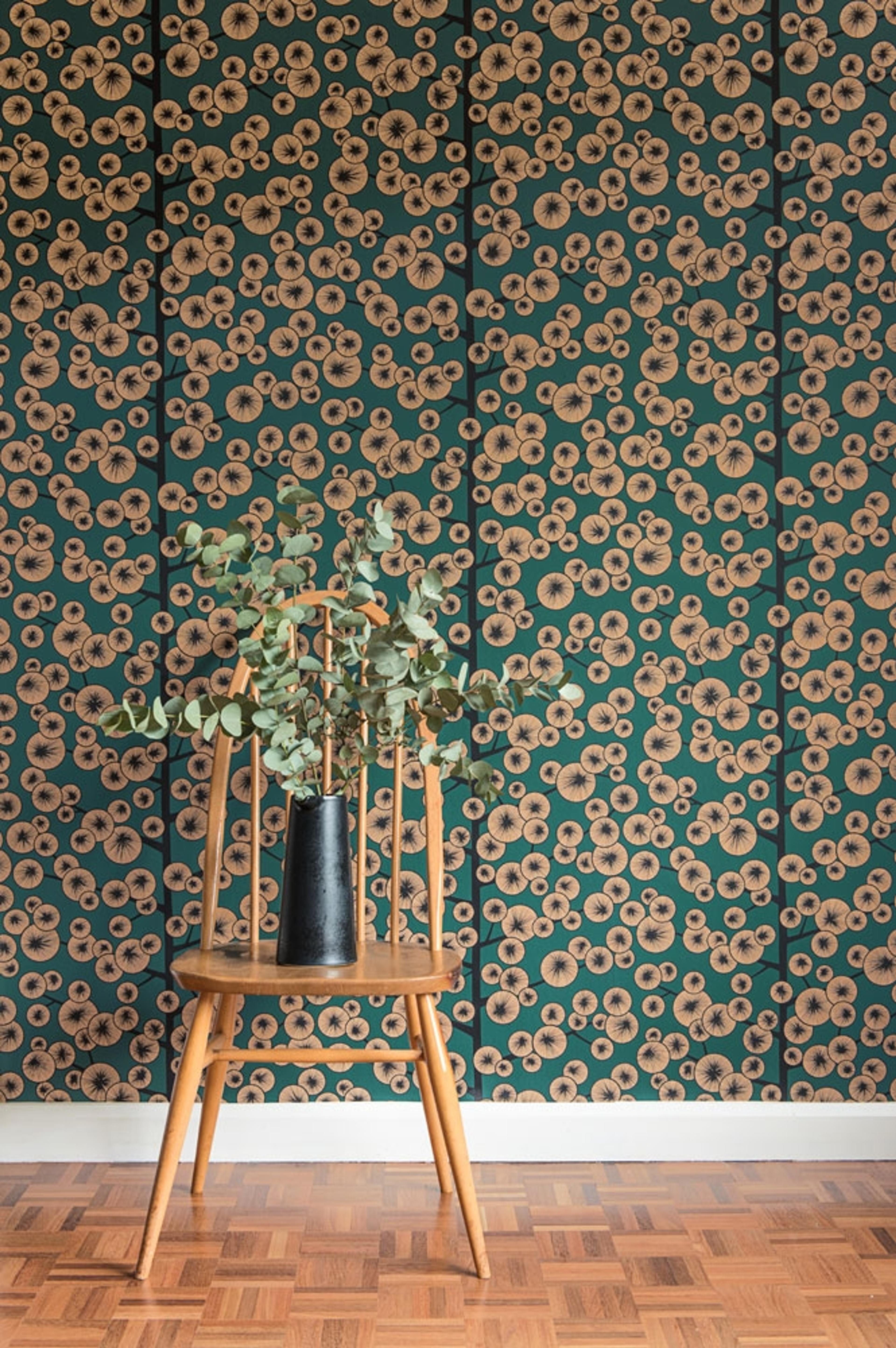 Cotton Tree tapet med grafiskt, retro mönster i grön. Från kollektionen signature. Nonwoven-material med rak passning.​​​​‌﻿‍﻿​‍​‍‌‍﻿﻿‌﻿​‍‌‍‍‌‌‍‌﻿‌‍‍‌‌‍﻿‍​‍​‍​﻿‍‍​‍​‍‌﻿​﻿‌‍​‌‌‍﻿‍‌‍‍‌‌﻿‌​‌﻿‍‌​‍﻿‍‌‍‍‌‌‍﻿﻿​‍​‍​‍﻿​​‍​‍‌‍‍​‌﻿​‍‌‍‌‌‌‍‌‍​‍​‍​﻿‍‍​‍​‍‌‍‍​‌﻿‌​‌﻿‌​‌﻿​​‌﻿​﻿​﻿‍‍​‍﻿﻿​‍﻿﻿‌﻿‌﻿‌﻿‌﻿‌﻿‌﻿​‍﻿‍‌‍​﻿‌‍﻿﻿‌‍﻿​‌‍﻿﻿‌﻿​‍‌‍​‌‌‍﻿‌‌‍​‌​‍﻿‍‌﻿​﻿‌‍‌‌​‍﻿﻿‌﻿​﻿‌﻿‌​‌﻿‌‌‌‍‌​‌‍‍‌‌‍﻿﻿​‍﻿﻿‌‍‍‌‌‍﻿‍‌﻿‌​‌‍‌‌‌‍﻿‍‌﻿‌​​‍﻿﻿‌‍‌‌‌‍‌​‌‍‍‌‌﻿‌​​‍﻿﻿‌‍﻿‌‌‍﻿﻿‌‍‌​‌‍‌‌​﻿﻿‌‌﻿​​‌﻿​‍‌‍‌‌‌﻿​﻿‌‍‌‌‌‍﻿‍‌﻿‌​‌‍​‌‌﻿‌​‌‍‍‌‌‍﻿﻿‌‍﻿‍​﻿‍﻿‌‍‍‌‌‍‌​​﻿﻿‌‌‍‍‌‌‍﻿‌‌‍​‌‌‍‌﻿‌‍‌‌​‍﻿‌​﻿‌‍​﻿​‌​﻿​​​﻿‍​‌‍‌​‌‍​‍​﻿‌‍‌‍‌​​﻿​​​﻿‍‌​﻿‍‌​﻿‌‌​﻿‍‌‌‍‌​​﻿‌﻿​﻿‌‌​﻿‌​‌‍‌‌​﻿‌​‌‍​‍‌‍‌​​﻿​‌​﻿‌‍​﻿‍​​﻿​​​﻿‌​​﻿‌﻿‌‍​﻿​﻿‌​​﻿‌﻿​﻿​‍‌‍​‍​﻿​​‌‍​﻿​﻿​‌‌‍​‍​﻿‌‌‌‍​‍​﻿​‌​﻿​﻿​‍﻿‌​﻿‌‍​﻿‌‍​﻿‌‌‌﻿‍​​﻿​‌​﻿​​​﻿​​​﻿​​​‍﻿‌‌‍‍‍‌﻿​​‌‍‌﻿​﻿‍﻿‌﻿‌​‌﻿‍‌‌﻿​​‌‍‌‌​﻿﻿‌‌﻿​﻿‌‍​‌‌‍﻿‍‌‍‍‌‌﻿‌​‌﻿‍‌​‍﻿‍‌‍‍‌‌‍﻿‌‌‍​‌‌‍‌﻿‌‍‌‌‌​​‌‌﻿​﻿‌﻿​﻿‌‍‌‌‌﻿‌​​﻿‍﻿‌﻿​​‌‍​‌‌﻿‌​‌‍‍​​﻿﻿‌‌‍​‌‌‍﻿​‌﻿‌​‌‌‌​‌‍‌‌‌﻿‍​‌﻿‌​​﻿﻿﻿‌‍​‍‌‍​‌‌﻿​﻿‌‍‌‌‌‌‌‌‌﻿​‍‌‍﻿​​﻿﻿‌‌‍‍​‌﻿‌​‌﻿‌​‌﻿​​‌﻿​﻿​‍‌‌​﻿​﻿‌​​‌​‍‌‌​﻿​‍‌​‌‍​‍‌‌​﻿​‍‌​‌‍‌﻿‌﻿‌﻿‌﻿‌﻿‌﻿​‍﻿‍‌‍​﻿‌‍﻿﻿‌‍﻿​‌‍﻿﻿‌﻿​‍‌‍​‌‌‍﻿‌‌‍​‌​‍﻿‍‌﻿​﻿‌‍‌‌​‍‌‌​﻿​‍‌​‌‍‌﻿​﻿‌﻿‌​‌﻿‌‌‌‍‌​‌‍‍‌‌‍﻿﻿​‍‌‍‌‍‍‌‌‍‌​​﻿﻿‌‌‍‍‌‌‍﻿‌‌‍​‌‌‍‌﻿‌‍‌‌​‍﻿‌​﻿‌‍​﻿​‌​﻿​​​﻿‍​‌‍‌​‌‍​‍​﻿‌‍‌‍‌​​﻿​​​﻿‍‌​﻿‍‌​﻿‌‌​﻿‍‌‌‍‌​​﻿‌﻿​﻿‌‌​﻿‌​‌‍‌‌​﻿‌​‌‍​‍‌‍‌​​﻿​‌​﻿‌‍​﻿‍​​﻿​​​﻿‌​​﻿‌﻿‌‍​﻿​﻿‌​​﻿‌﻿​﻿​‍‌‍​‍​﻿​​‌‍​﻿​﻿​‌‌‍​‍​﻿‌‌‌‍​‍​﻿​‌​﻿​﻿​‍﻿‌​﻿‌‍​﻿‌‍​﻿‌‌‌﻿‍​​﻿​‌​﻿​​​﻿​​​﻿​​​‍﻿‌‌‍‍‍‌﻿​​‌‍‌﻿​‍‌‍‌﻿‌​‌﻿‍‌‌﻿​​‌‍‌‌​﻿﻿‌‌﻿​﻿‌‍​‌‌‍﻿‍‌‍‍‌‌﻿‌​‌﻿‍‌​‍﻿‍‌‍‍‌‌‍﻿‌‌‍​‌‌‍‌﻿‌‍‌‌‌​​‌‌﻿​﻿‌﻿​﻿‌‍‌‌‌﻿‌​​‍‌‍‌﻿​​‌‍​‌‌﻿‌​‌‍‍​​﻿﻿‌‌‍​‌‌‍﻿​‌﻿‌​‌‌‌​‌‍‌‌‌﻿‍​‌﻿‌​​‍‌‍‌﻿​​‌‍‌‌‌﻿​‍‌﻿​﻿‌﻿​​‌‍‌‌‌‍​﻿‌﻿‌​‌‍‍‌‌﻿‌‍‌‍‌‌​﻿﻿‌‌﻿​​‌﻿‌‌‌‍​‍‌‍﻿​‌‍‍‌‌﻿​﻿‌‍‍​‌‍‌‌‌‍‌​​‍​‍‌﻿﻿‌