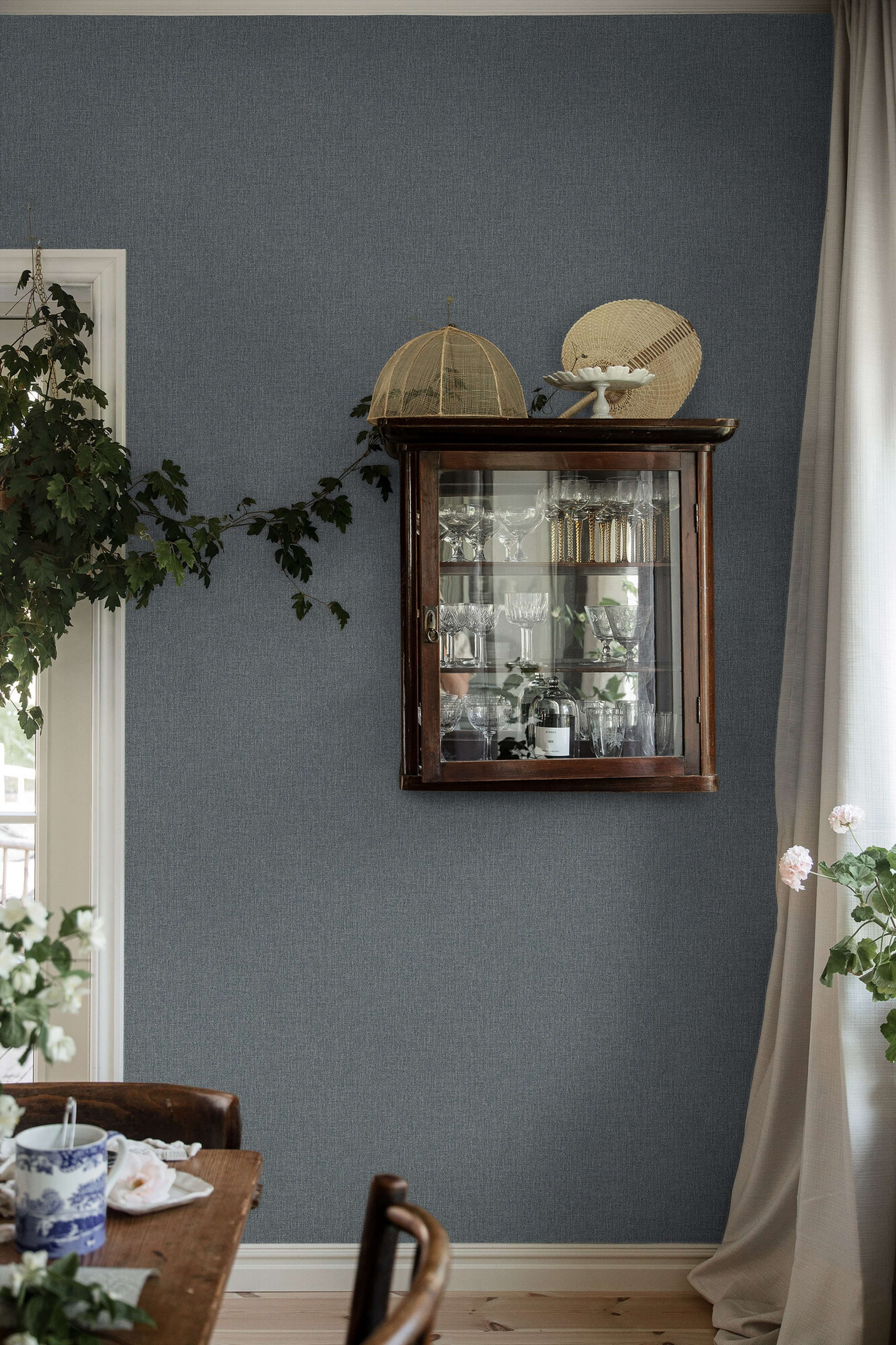 Weaver´s Wall mellanmörk nyans av blått tapet enfärgad i blå. Från kollektionen Cottage Garden. Nonwoven-material. Passar i vardagsrum, matsal och hall.​​​​‌﻿‍﻿​‍​‍‌‍﻿﻿‌﻿​‍‌‍‍‌‌‍‌﻿‌‍‍‌‌‍﻿‍​‍​‍​﻿‍‍​‍​‍‌﻿​﻿‌‍​‌‌‍﻿‍‌‍‍‌‌﻿‌​‌﻿‍‌​‍﻿‍‌‍‍‌‌‍﻿﻿​‍​‍​‍﻿​​‍​‍‌‍‍​‌﻿​‍‌‍‌‌‌‍‌‍​‍​‍​﻿‍‍​‍​‍‌‍‍​‌﻿‌​‌﻿‌​‌﻿​​‌﻿​﻿​﻿‍‍​‍﻿﻿​‍﻿﻿‌﻿‌﻿‌﻿‌﻿‌﻿‌﻿​‍﻿‍‌‍​﻿‌‍﻿﻿‌‍﻿​‌‍﻿﻿‌﻿​‍‌‍​‌‌‍﻿‌‌‍​‌​‍﻿‍‌﻿​﻿‌‍‌‌​‍﻿﻿‌﻿​﻿‌﻿‌​‌﻿‌‌‌‍‌​‌‍‍‌‌‍﻿﻿​‍﻿﻿‌‍‍‌‌‍﻿‍‌﻿‌​‌‍‌‌‌‍﻿‍‌﻿‌​​‍﻿﻿‌‍‌‌‌‍‌​‌‍‍‌‌﻿‌​​‍﻿﻿‌‍﻿‌‌‍﻿﻿‌‍‌​‌‍‌‌​﻿﻿‌‌﻿​​‌﻿​‍‌‍‌‌‌﻿​﻿‌‍‌‌‌‍﻿‍‌﻿‌​‌‍​‌‌﻿‌​‌‍‍‌‌‍﻿﻿‌‍﻿‍​﻿‍﻿‌‍‍‌‌‍‌​​﻿﻿‌‌‍‍‌‌‍﻿‌‌‍​‌‌‍‌﻿‌‍‌‌​‍﻿‌​﻿‌‍​﻿​﻿​﻿‍‌​﻿‍​​﻿‍​‌‍​‍‌‍‌​‌‍​‍‌‍​‍​﻿​‍​﻿​‍​﻿‍‌​﻿​‍​﻿‌​‌‍‌​​﻿​﻿​﻿​‌​﻿‌﻿​﻿​​‌‍​‌​﻿​​‌‍​﻿‌‍‌​​﻿‍​‌‍‌‌​﻿​‌​﻿‌‌​﻿‍​​﻿​‌​﻿‌﻿​﻿‍​​﻿​​​﻿‌﻿​﻿​﻿​﻿‍​​﻿​​​﻿‌​​﻿‍‌​﻿‌​​﻿​‍​‍﻿‌​﻿​‌​﻿​﻿​﻿​﻿​﻿​﻿‌﻿‍​​﻿​‍​﻿​​​﻿​​​﻿​​​‍﻿‌‌‍‍‍‌﻿​​‌‍‌﻿​﻿‍﻿‌﻿‌​‌﻿‍‌‌﻿​​‌‍‌‌​﻿﻿‌‌﻿​﻿‌‍​‌‌‍﻿‍‌‍‍‌‌﻿‌​‌﻿‍‌​‍﻿‍‌‍‍‌‌‍﻿‌‌‍​‌‌‍‌﻿‌‍‌‌‌​​‌‌﻿​﻿‌﻿​﻿‌‍‌‌‌﻿‌​​﻿‍﻿‌﻿​​‌‍​‌‌﻿‌​‌‍‍​​﻿﻿‌‌‍​‌‌‍﻿​‌﻿‌​‌‌‌​‌‍‌‌‌﻿‍​‌﻿‌​​﻿﻿﻿‌‍​‍‌‍​‌‌﻿​﻿‌‍‌‌‌‌‌‌‌﻿​‍‌‍﻿​​﻿﻿‌‌‍‍​‌﻿‌​‌﻿‌​‌﻿​​‌﻿​﻿​‍‌‌​﻿​﻿‌​​‌​‍‌‌​﻿​‍‌​‌‍​‍‌‌​﻿​‍‌​‌‍‌﻿‌﻿‌﻿‌﻿‌﻿‌﻿​‍﻿‍‌‍​﻿‌‍﻿﻿‌‍﻿​‌‍﻿﻿‌﻿​‍‌‍​‌‌‍﻿‌‌‍​‌​‍﻿‍‌﻿​﻿‌‍‌‌​‍‌‌​﻿​‍‌​‌‍‌﻿​﻿‌﻿‌​‌﻿‌‌‌‍‌​‌‍‍‌‌‍﻿﻿​‍‌‍‌‍‍‌‌‍‌​​﻿﻿‌‌‍‍‌‌‍﻿‌‌‍​‌‌‍‌﻿‌‍‌‌​‍﻿‌​﻿‌‍​﻿​﻿​﻿‍‌​﻿‍​​﻿‍​‌‍​‍‌‍‌​‌‍​‍‌‍​‍​﻿​‍​﻿​‍​﻿‍‌​﻿​‍​﻿‌​‌‍‌​​﻿​﻿​﻿​‌​﻿‌﻿​﻿​​‌‍​‌​﻿​​‌‍​﻿‌‍‌​​﻿‍​‌‍‌‌​﻿​‌​﻿‌‌​﻿‍​​﻿​‌​﻿‌﻿​﻿‍​​﻿​​​﻿‌﻿​﻿​﻿​﻿‍​​﻿​​​﻿‌​​﻿‍‌​﻿‌​​﻿​‍​‍﻿‌​﻿​‌​﻿​﻿​﻿​﻿​﻿​﻿‌﻿‍​​﻿​‍​﻿​​​﻿​​​﻿​​​‍﻿‌‌‍‍‍‌﻿​​‌‍‌﻿​‍‌‍‌﻿‌​‌﻿‍‌‌﻿​​‌‍‌‌​﻿﻿‌‌﻿​﻿‌‍​‌‌‍﻿‍‌‍‍‌‌﻿‌​‌﻿‍‌​‍﻿‍‌‍‍‌‌‍﻿‌‌‍​‌‌‍‌﻿‌‍‌‌‌​​‌‌﻿​﻿‌﻿​﻿‌‍‌‌‌﻿‌​​‍‌‍‌﻿​​‌‍​‌‌﻿‌​‌‍‍​​﻿﻿‌‌‍​‌‌‍﻿​‌﻿‌​‌‌‌​‌‍‌‌‌﻿‍​‌﻿‌​​‍‌‍‌﻿​​‌‍‌‌‌﻿​‍‌﻿​﻿‌﻿​​‌‍‌‌‌‍​﻿‌﻿‌​‌‍‍‌‌﻿‌‍‌‍‌‌​﻿﻿‌‌﻿​​‌﻿‌‌‌‍​‍‌‍﻿​‌‍‍‌‌﻿​﻿‌‍‍​‌‍‌‌‌‍‌​​‍​‍‌﻿﻿‌