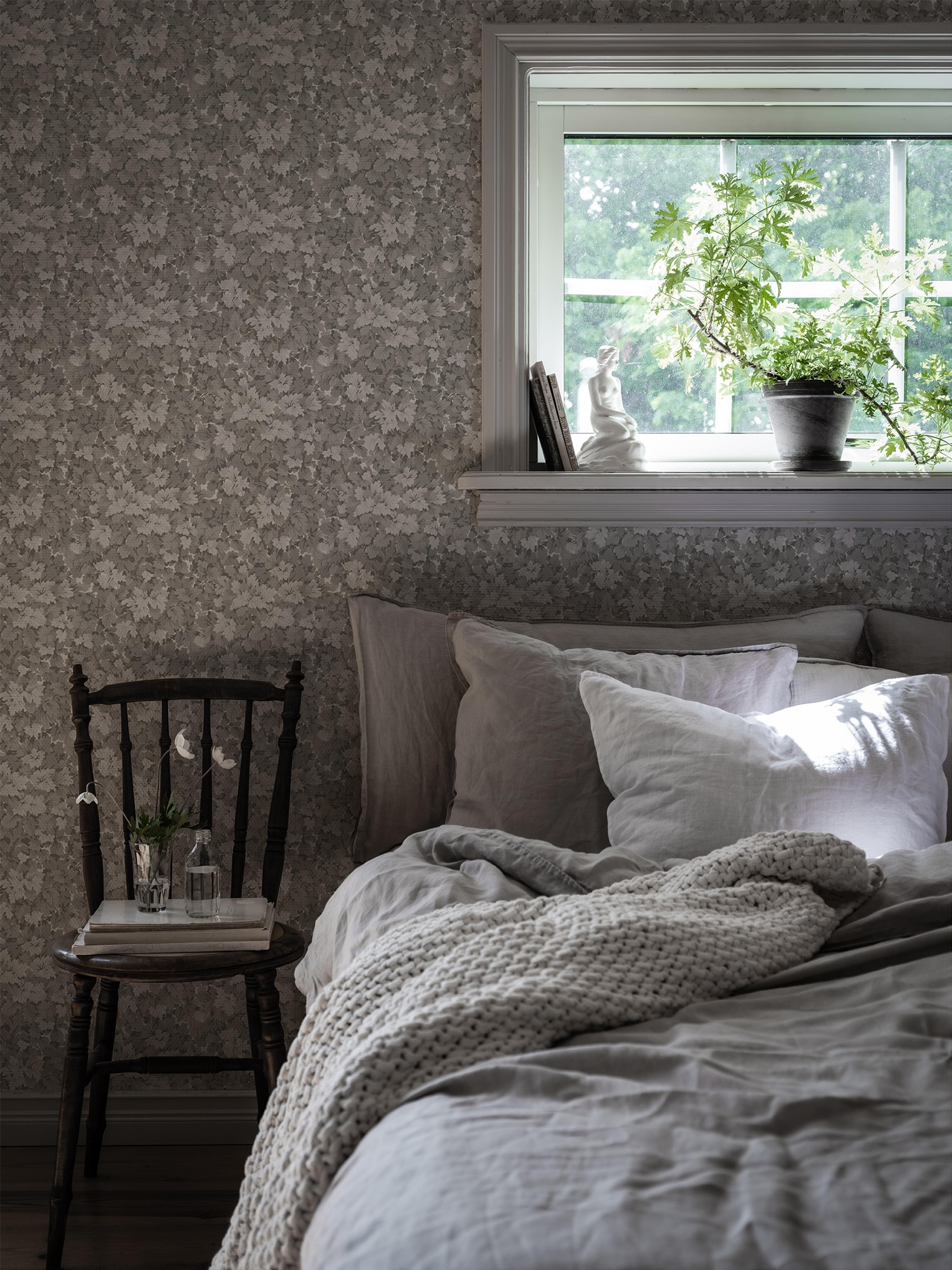 Lilla Dockekulla Grå tapet med botaniskt mönster i grå. Från kollektionen Gammalsvenska klassiker 1850–1950. Nonwoven-material med rak passning.​​​​‌﻿‍﻿​‍​‍‌‍﻿﻿‌﻿​‍‌‍‍‌‌‍‌﻿‌‍‍‌‌‍﻿‍​‍​‍​﻿‍‍​‍​‍‌﻿​﻿‌‍​‌‌‍﻿‍‌‍‍‌‌﻿‌​‌﻿‍‌​‍﻿‍‌‍‍‌‌‍﻿﻿​‍​‍​‍﻿​​‍​‍‌‍‍​‌﻿​‍‌‍‌‌‌‍‌‍​‍​‍​﻿‍‍​‍​‍‌‍‍​‌﻿‌​‌﻿‌​‌﻿​​‌﻿​﻿​﻿‍‍​‍﻿﻿​‍﻿﻿‌﻿‌﻿‌﻿‌﻿‌﻿‌﻿​‍﻿‍‌‍​﻿‌‍﻿﻿‌‍﻿​‌‍﻿﻿‌﻿​‍‌‍​‌‌‍﻿‌‌‍​‌​‍﻿‍‌﻿​﻿‌‍‌‌​‍﻿﻿‌﻿​﻿‌﻿‌​‌﻿‌‌‌‍‌​‌‍‍‌‌‍﻿﻿​‍﻿﻿‌‍‍‌‌‍﻿‍‌﻿‌​‌‍‌‌‌‍﻿‍‌﻿‌​​‍﻿﻿‌‍‌‌‌‍‌​‌‍‍‌‌﻿‌​​‍﻿﻿‌‍﻿‌‌‍﻿﻿‌‍‌​‌‍‌‌​﻿﻿‌‌﻿​​‌﻿​‍‌‍‌‌‌﻿​﻿‌‍‌‌‌‍﻿‍‌﻿‌​‌‍​‌‌﻿‌​‌‍‍‌‌‍﻿﻿‌‍﻿‍​﻿‍﻿‌‍‍‌‌‍‌​​﻿﻿‌‌‍‍‌‌‍﻿‌‌‍​‌‌‍‌﻿‌‍‌‌​‍﻿‌​﻿‌‍​﻿‌​​﻿​‌​﻿​‌​﻿‌‍​﻿​​​﻿‌‍​﻿‍‌​﻿‌​​﻿‌‍​﻿‌‌​﻿​​​﻿‌﻿‌‍​‍​﻿‌‌​﻿‌‌​﻿‍‌​﻿​​‌‍​‌​﻿‌﻿​﻿‌‍‌‍​‍‌‍‌‌​﻿‌‌‌‍​‍​﻿​‍‌‍​‌​﻿‌​​﻿‍‌​﻿‍​​﻿‍​​﻿‌‍​﻿‌​​﻿​‍‌‍​‌‌‍‌​​﻿‌‍​﻿​‌‌‍‌​​﻿​​​‍﻿‌​﻿​‌​﻿‌﻿​﻿​﻿​﻿​﻿‌﻿‍​​﻿​‍​﻿​﻿​﻿​‌​﻿​‌​‍﻿‌‌‍‍‍‌﻿​​‌‍‌﻿​﻿‍﻿‌﻿‌​‌﻿‍‌‌﻿​​‌‍‌‌​﻿﻿‌‌﻿​﻿‌‍​‌‌‍﻿‍‌‍‍‌‌﻿‌​‌﻿‍‌​‍﻿‍‌‍‍‌‌‍﻿‌‌‍​‌‌‍‌﻿‌‍‌‌‌​​‌‌﻿​﻿‌﻿​﻿‌‍‌‌‌﻿‌​​﻿‍﻿‌﻿​​‌‍​‌‌﻿‌​‌‍‍​​﻿﻿‌‌‍​‌‌‍﻿​‌﻿‌​‌‌‌​‌‍‌‌‌﻿‍​‌﻿‌​​﻿﻿﻿‌‍​‍‌‍​‌‌﻿​﻿‌‍‌‌‌‌‌‌‌﻿​‍‌‍﻿​​﻿﻿‌‌‍‍​‌﻿‌​‌﻿‌​‌﻿​​‌﻿​﻿​‍‌‌​﻿​﻿‌​​‌​‍‌‌​﻿​‍‌​‌‍​‍‌‌​﻿​‍‌​‌‍‌﻿‌﻿‌﻿‌﻿‌﻿‌﻿​‍﻿‍‌‍​﻿‌‍﻿﻿‌‍﻿​‌‍﻿﻿‌﻿​‍‌‍​‌‌‍﻿‌‌‍​‌​‍﻿‍‌﻿​﻿‌‍‌‌​‍‌‌​﻿​‍‌​‌‍‌﻿​﻿‌﻿‌​‌﻿‌‌‌‍‌​‌‍‍‌‌‍﻿﻿​‍‌‍‌‍‍‌‌‍‌​​﻿﻿‌‌‍‍‌‌‍﻿‌‌‍​‌‌‍‌﻿‌‍‌‌​‍﻿‌​﻿‌‍​﻿‌​​﻿​‌​﻿​‌​﻿‌‍​﻿​​​﻿‌‍​﻿‍‌​﻿‌​​﻿‌‍​﻿‌‌​﻿​​​﻿‌﻿‌‍​‍​﻿‌‌​﻿‌‌​﻿‍‌​﻿​​‌‍​‌​﻿‌﻿​﻿‌‍‌‍​‍‌‍‌‌​﻿‌‌‌‍​‍​﻿​‍‌‍​‌​﻿‌​​﻿‍‌​﻿‍​​﻿‍​​﻿‌‍​﻿‌​​﻿​‍‌‍​‌‌‍‌​​﻿‌‍​﻿​‌‌‍‌​​﻿​​​‍﻿‌​﻿​‌​﻿‌﻿​﻿​﻿​﻿​﻿‌﻿‍​​﻿​‍​﻿​﻿​﻿​‌​﻿​‌​‍﻿‌‌‍‍‍‌﻿​​‌‍‌﻿​‍‌‍‌﻿‌​‌﻿‍‌‌﻿​​‌‍‌‌​﻿﻿‌‌﻿​﻿‌‍​‌‌‍﻿‍‌‍‍‌‌﻿‌​‌﻿‍‌​‍﻿‍‌‍‍‌‌‍﻿‌‌‍​‌‌‍‌﻿‌‍‌‌‌​​‌‌﻿​﻿‌﻿​﻿‌‍‌‌‌﻿‌​​‍‌‍‌﻿​​‌‍​‌‌﻿‌​‌‍‍​​﻿﻿‌‌‍​‌‌‍﻿​‌﻿‌​‌‌‌​‌‍‌‌‌﻿‍​‌﻿‌​​‍‌‍‌﻿​​‌‍‌‌‌﻿​‍‌﻿​﻿‌﻿​​‌‍‌‌‌‍​﻿‌﻿‌​‌‍‍‌‌﻿‌‍‌‍‌‌​﻿﻿‌‌﻿​​‌﻿‌‌‌‍​‍‌‍﻿​‌‍‍‌‌﻿​﻿‌‍‍​‌‍‌‌‌‍‌​​‍​‍‌﻿﻿‌