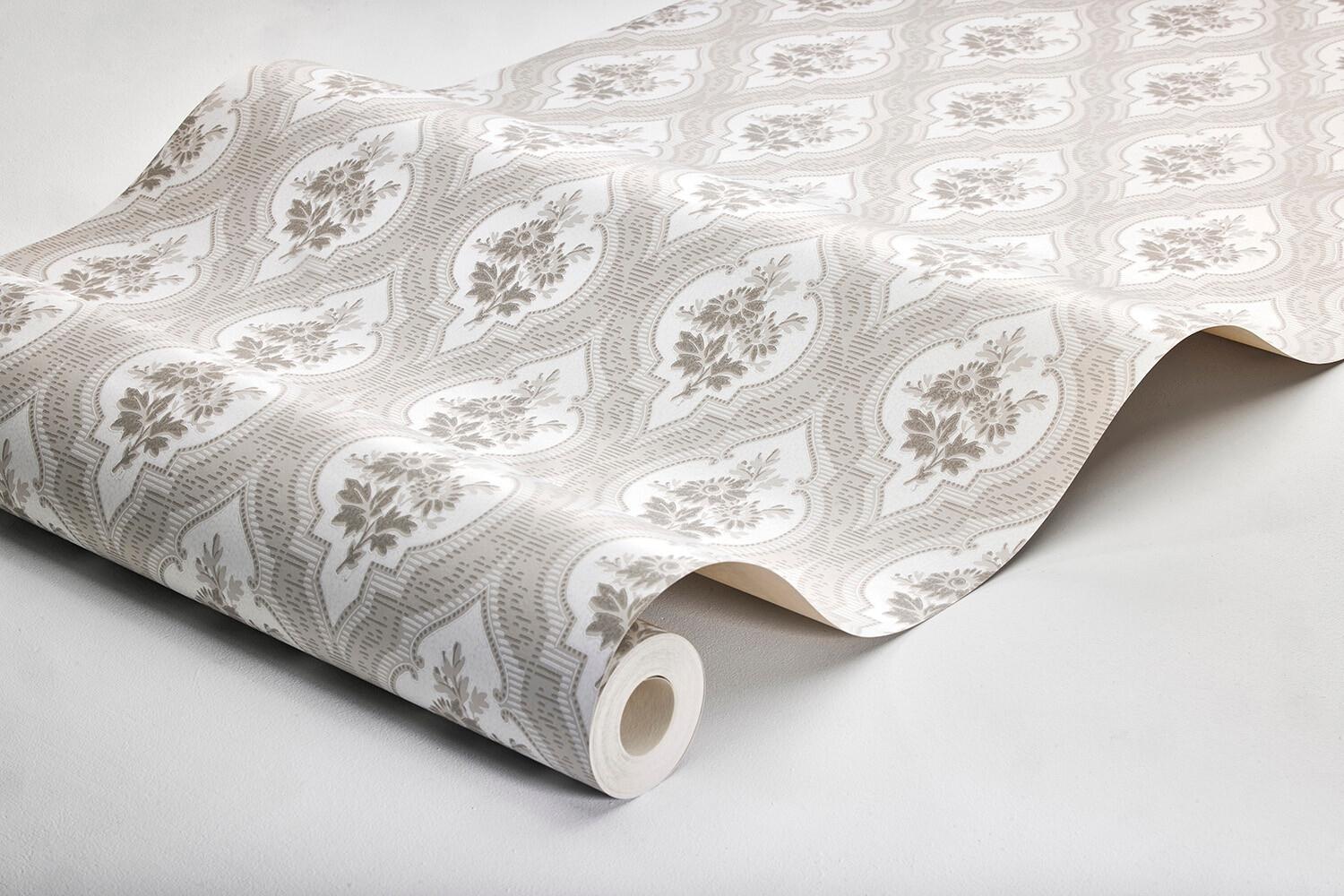 Eternal Flower tapet tapet med blommigt, trellis mönster i beige. Från kollektionen Dreamy Escape. Nonwoven-material med förskjuten passning. Passar i vardagsrum och matsal.