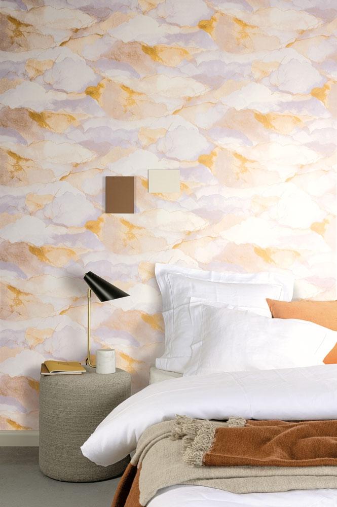 Cloud pastel tapet med himmel mönster i brun. Från kollektionen lotus. Nonwoven-material med förskjuten passning.