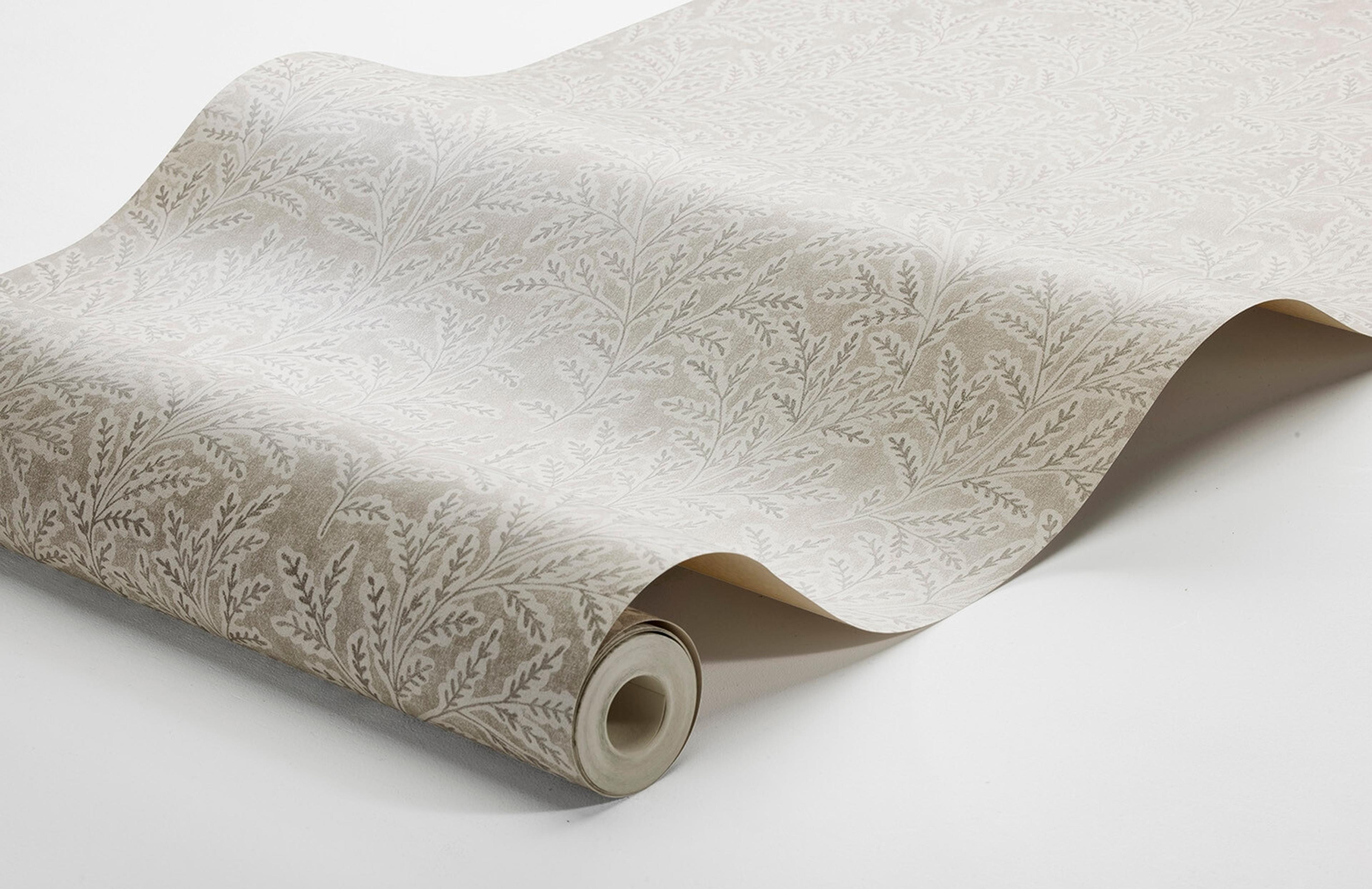 Molly´s Meadow dämpade beige toner tapet med botaniskt mönster i beige. Från kollektionen Cottage Garden. Nonwoven-material med förskjuten passning. Passar i vardagsrum, matsal och hall.​​​​‌﻿‍﻿​‍​‍‌‍﻿﻿‌﻿​‍‌‍‍‌‌‍‌﻿‌‍‍‌‌‍﻿‍​‍​‍​﻿‍‍​‍​‍‌﻿​﻿‌‍​‌‌‍﻿‍‌‍‍‌‌﻿‌​‌﻿‍‌​‍﻿‍‌‍‍‌‌‍﻿﻿​‍​‍​‍﻿​​‍​‍‌‍‍​‌﻿​‍‌‍‌‌‌‍‌‍​‍​‍​﻿‍‍​‍​‍‌‍‍​‌﻿‌​‌﻿‌​‌﻿​​‌﻿​﻿​﻿‍‍​‍﻿﻿​‍﻿﻿‌﻿‌﻿‌﻿‌﻿‌﻿‌﻿​‍﻿‍‌‍​﻿‌‍﻿﻿‌‍﻿​‌‍﻿﻿‌﻿​‍‌‍​‌‌‍﻿‌‌‍​‌​‍﻿‍‌﻿​﻿‌‍‌‌​‍﻿﻿‌﻿​﻿‌﻿‌​‌﻿‌‌‌‍‌​‌‍‍‌‌‍﻿﻿​‍﻿﻿‌‍‍‌‌‍﻿‍‌﻿‌​‌‍‌‌‌‍﻿‍‌﻿‌​​‍﻿﻿‌‍‌‌‌‍‌​‌‍‍‌‌﻿‌​​‍﻿﻿‌‍﻿‌‌‍﻿﻿‌‍‌​‌‍‌‌​﻿﻿‌‌﻿​​‌﻿​‍‌‍‌‌‌﻿​﻿‌‍‌‌‌‍﻿‍‌﻿‌​‌‍​‌‌﻿‌​‌‍‍‌‌‍﻿﻿‌‍﻿‍​﻿‍﻿‌‍‍‌‌‍‌​​﻿﻿‌‌‍‍‌‌‍﻿‌‌‍​‌‌‍‌﻿‌‍‌‌​‍﻿‌​﻿‌‍​﻿‍​‌‍​‌​﻿‌﻿​﻿‍‌​﻿‌‍‌‍​﻿​﻿​​‌‍‌​​﻿‍‌‌‍​‌​﻿‌‍​﻿​‍​﻿‌‌‌‍‌​‌‍‌‌​﻿​‍‌‍‌​​﻿​﻿‌‍‌‌​﻿‌﻿‌‍‌‍‌‍‌‌​﻿​​‌‍‌‍‌‍‌‌‌‍​﻿‌‍‌​​﻿​﻿​﻿​﻿​﻿‌‌‌‍​﻿‌‍​‌‌‍​‌‌‍‌‌​﻿‌‌​﻿​​‌‍‌‌‌‍​‍​﻿‌‌​‍﻿‌​﻿​‌​﻿‌‌​﻿​​​﻿​​‌﻿‍​​﻿‍‌​﻿‌﻿​﻿​‍​‍﻿‌‌‍‍‍‌﻿​​‌‍‌﻿​﻿‍﻿‌﻿‌​‌﻿‍‌‌﻿​​‌‍‌‌​﻿﻿‌‌﻿​﻿‌‍​‌‌‍﻿‍‌‍‍‌‌﻿‌​‌﻿‍‌​‍﻿‍‌‍‍‌‌‍﻿‌‌‍​‌‌‍‌﻿‌‍‌‌‌​​‌‌﻿​﻿‌﻿​﻿‌‍‌‌‌﻿‌​​﻿‍﻿‌﻿​​‌‍​‌‌﻿‌​‌‍‍​​﻿﻿‌‌‍​‌‌‍﻿​‌﻿‌​‌‌‌​‌‍‌‌‌﻿‍​‌﻿‌​​﻿﻿﻿‌‍​‍‌‍​‌‌﻿​﻿‌‍‌‌‌‌‌‌‌﻿​‍‌‍﻿​​﻿﻿‌‌‍‍​‌﻿‌​‌﻿‌​‌﻿​​‌﻿​﻿​‍‌‌​﻿​﻿‌​​‌​‍‌‌​﻿​‍‌​‌‍​‍‌‌​﻿​‍‌​‌‍‌﻿‌﻿‌﻿‌﻿‌﻿‌﻿​‍﻿‍‌‍​﻿‌‍﻿﻿‌‍﻿​‌‍﻿﻿‌﻿​‍‌‍​‌‌‍﻿‌‌‍​‌​‍﻿‍‌﻿​﻿‌‍‌‌​‍‌‌​﻿​‍‌​‌‍‌﻿​﻿‌﻿‌​‌﻿‌‌‌‍‌​‌‍‍‌‌‍﻿﻿​‍‌‍‌‍‍‌‌‍‌​​﻿﻿‌‌‍‍‌‌‍﻿‌‌‍​‌‌‍‌﻿‌‍‌‌​‍﻿‌​﻿‌‍​﻿‍​‌‍​‌​﻿‌﻿​﻿‍‌​﻿‌‍‌‍​﻿​﻿​​‌‍‌​​﻿‍‌‌‍​‌​﻿‌‍​﻿​‍​﻿‌‌‌‍‌​‌‍‌‌​﻿​‍‌‍‌​​﻿​﻿‌‍‌‌​﻿‌﻿‌‍‌‍‌‍‌‌​﻿​​‌‍‌‍‌‍‌‌‌‍​﻿‌‍‌​​﻿​﻿​﻿​﻿​﻿‌‌‌‍​﻿‌‍​‌‌‍​‌‌‍‌‌​﻿‌‌​﻿​​‌‍‌‌‌‍​‍​﻿‌‌​‍﻿‌​﻿​‌​﻿‌‌​﻿​​​﻿​​‌﻿‍​​﻿‍‌​﻿‌﻿​﻿​‍​‍﻿‌‌‍‍‍‌﻿​​‌‍‌﻿​‍‌‍‌﻿‌​‌﻿‍‌‌﻿​​‌‍‌‌​﻿﻿‌‌﻿​﻿‌‍​‌‌‍﻿‍‌‍‍‌‌﻿‌​‌﻿‍‌​‍﻿‍‌‍‍‌‌‍﻿‌‌‍​‌‌‍‌﻿‌‍‌‌‌​​‌‌﻿​﻿‌﻿​﻿‌‍‌‌‌﻿‌​​‍‌‍‌﻿​​‌‍​‌‌﻿‌​‌‍‍​​﻿﻿‌‌‍​‌‌‍﻿​‌﻿‌​‌‌‌​‌‍‌‌‌﻿‍​‌﻿‌​​‍‌‍‌﻿​​‌‍‌‌‌﻿​‍‌﻿​﻿‌﻿​​‌‍‌‌‌‍​﻿‌﻿‌​‌‍‍‌‌﻿‌‍‌‍‌‌​﻿﻿‌‌﻿​​‌﻿‌‌‌‍​‍‌‍﻿​‌‍‍‌‌﻿​﻿‌‍‍​‌‍‌‌‌‍‌​​‍​‍‌﻿﻿‌