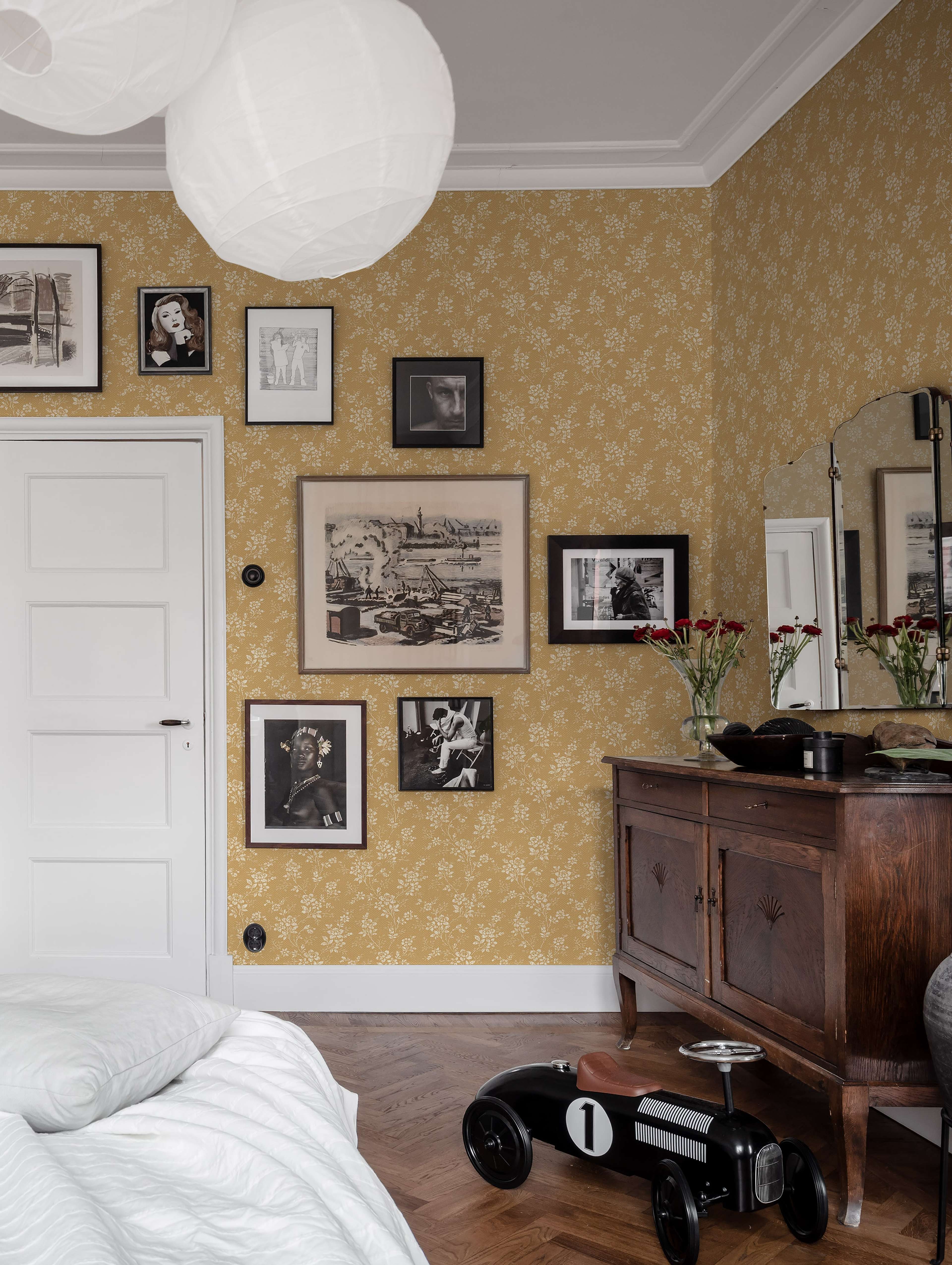 Hip Rose tapet från Boråstapeter med blommigt mönster i gul. Från kollektionen Woodland. Nonwoven-material med förskjuten passning.​​​​‌﻿‍﻿​‍​‍‌‍﻿﻿‌﻿​‍‌‍‍‌‌‍‌﻿‌‍‍‌‌‍﻿‍​‍​‍​﻿‍‍​‍​‍‌﻿​﻿‌‍​‌‌‍﻿‍‌‍‍‌‌﻿‌​‌﻿‍‌​‍﻿‍‌‍‍‌‌‍﻿﻿​‍​‍​‍﻿​​‍​‍‌‍‍​‌﻿​‍‌‍‌‌‌‍‌‍​‍​‍​﻿‍‍​‍​‍‌‍‍​‌﻿‌​‌﻿‌​‌﻿​​‌﻿​﻿​﻿‍‍​‍﻿﻿​‍﻿﻿‌﻿‌﻿‌﻿‌﻿‌﻿‌﻿​‍﻿‍‌‍​﻿‌‍﻿﻿‌‍﻿​‌‍﻿﻿‌﻿​‍‌‍​‌‌‍﻿‌‌‍​‌​‍﻿‍‌﻿​﻿‌‍‌‌​‍﻿﻿‌﻿​﻿‌﻿‌​‌﻿‌‌‌‍‌​‌‍‍‌‌‍﻿﻿​‍﻿﻿‌‍‍‌‌‍﻿‍‌﻿‌​‌‍‌‌‌‍﻿‍‌﻿‌​​‍﻿﻿‌‍‌‌‌‍‌​‌‍‍‌‌﻿‌​​‍﻿﻿‌‍﻿‌‌‍﻿﻿‌‍‌​‌‍‌‌​﻿﻿‌‌﻿​​‌﻿​‍‌‍‌‌‌﻿​﻿‌‍‌‌‌‍﻿‍‌﻿‌​‌‍​‌‌﻿‌​‌‍‍‌‌‍﻿﻿‌‍﻿‍​﻿‍﻿‌‍‍‌‌‍‌​​﻿﻿‌‌‍‍‌‌‍﻿‌‌‍​‌‌‍‌﻿‌‍‌‌​‍﻿‌​﻿‌‍‌‍​﻿​﻿​‌‌‍‌‍‌‍​﻿‌‍​‌‌‍‌​​﻿‍​​﻿‌‌​﻿​‌​﻿‌‌​﻿​​​﻿‌‌‌‍​‍​﻿​​‌‍‌​‌‍​﻿​﻿‌​​﻿‍‌​﻿​﻿​﻿‍‌​﻿​‌​﻿‌‍​﻿‌﻿‌‍​‌​﻿​‌‌‍​‍‌‍‌‍‌‍​‍​﻿‌‍​﻿‍‌​﻿‌‌​﻿​‌​﻿​‍​﻿‍‌​﻿​﻿​﻿‌‍​﻿‍​‌‍‌​​﻿‌​​‍﻿‌​﻿​‍​﻿​‍​﻿‌‌​﻿‍‌‌﻿‍​​﻿​﻿​﻿​​​﻿​​​﻿​​​‍﻿‌‌‍‍‍‌﻿​​‌‍‌﻿​﻿‍﻿‌﻿‌​‌﻿‍‌‌﻿​​‌‍‌‌​﻿﻿‌‌﻿​﻿‌‍​‌‌‍﻿‍‌‍‍‌‌﻿‌​‌﻿‍‌​‍﻿‍‌‍‍‌‌‍﻿‌‌‍​‌‌‍‌﻿‌‍‌‌‌​​‌‌﻿​﻿‌﻿​﻿‌‍‌‌‌﻿‌​​﻿‍﻿‌﻿​​‌‍​‌‌﻿‌​‌‍‍​​﻿﻿‌‌‍​‌‌‍﻿​‌﻿‌​‌‌‌​‌‍‌‌‌﻿‍​‌﻿‌​​﻿﻿﻿‌‍​‍‌‍​‌‌﻿​﻿‌‍‌‌‌‌‌‌‌﻿​‍‌‍﻿​​﻿﻿‌‌‍‍​‌﻿‌​‌﻿‌​‌﻿​​‌﻿​﻿​‍‌‌​﻿​﻿‌​​‌​‍‌‌​﻿​‍‌​‌‍​‍‌‌​﻿​‍‌​‌‍‌﻿‌﻿‌﻿‌﻿‌﻿‌﻿​‍﻿‍‌‍​﻿‌‍﻿﻿‌‍﻿​‌‍﻿﻿‌﻿​‍‌‍​‌‌‍﻿‌‌‍​‌​‍﻿‍‌﻿​﻿‌‍‌‌​‍‌‌​﻿​‍‌​‌‍‌﻿​﻿‌﻿‌​‌﻿‌‌‌‍‌​‌‍‍‌‌‍﻿﻿​‍‌‍‌‍‍‌‌‍‌​​﻿﻿‌‌‍‍‌‌‍﻿‌‌‍​‌‌‍‌﻿‌‍‌‌​‍﻿‌​﻿‌‍‌‍​﻿​﻿​‌‌‍‌‍‌‍​﻿‌‍​‌‌‍‌​​﻿‍​​﻿‌‌​﻿​‌​﻿‌‌​﻿​​​﻿‌‌‌‍​‍​﻿​​‌‍‌​‌‍​﻿​﻿‌​​﻿‍‌​﻿​﻿​﻿‍‌​﻿​‌​﻿‌‍​﻿‌﻿‌‍​‌​﻿​‌‌‍​‍‌‍‌‍‌‍​‍​﻿‌‍​﻿‍‌​﻿‌‌​﻿​‌​﻿​‍​﻿‍‌​﻿​﻿​﻿‌‍​﻿‍​‌‍‌​​﻿‌​​‍﻿‌​﻿​‍​﻿​‍​﻿‌‌​﻿‍‌‌﻿‍​​﻿​﻿​﻿​​​﻿​​​﻿​​​‍﻿‌‌‍‍‍‌﻿​​‌‍‌﻿​‍‌‍‌﻿‌​‌﻿‍‌‌﻿​​‌‍‌‌​﻿﻿‌‌﻿​﻿‌‍​‌‌‍﻿‍‌‍‍‌‌﻿‌​‌﻿‍‌​‍﻿‍‌‍‍‌‌‍﻿‌‌‍​‌‌‍‌﻿‌‍‌‌‌​​‌‌﻿​﻿‌﻿​﻿‌‍‌‌‌﻿‌​​‍‌‍‌﻿​​‌‍​‌‌﻿‌​‌‍‍​​﻿﻿‌‌‍​‌‌‍﻿​‌﻿‌​‌‌‌​‌‍‌‌‌﻿‍​‌﻿‌​​‍‌‍‌﻿​​‌‍‌‌‌﻿​‍‌﻿​﻿‌﻿​​‌‍‌‌‌‍​﻿‌﻿‌​‌‍‍‌‌﻿‌‍‌‍‌‌​﻿﻿‌‌﻿​​‌﻿‌‌‌‍​‍‌‍﻿​‌‍‍‌‌﻿​﻿‌‍‍​‌‍‌‌‌‍‌​​‍​‍‌﻿﻿‌