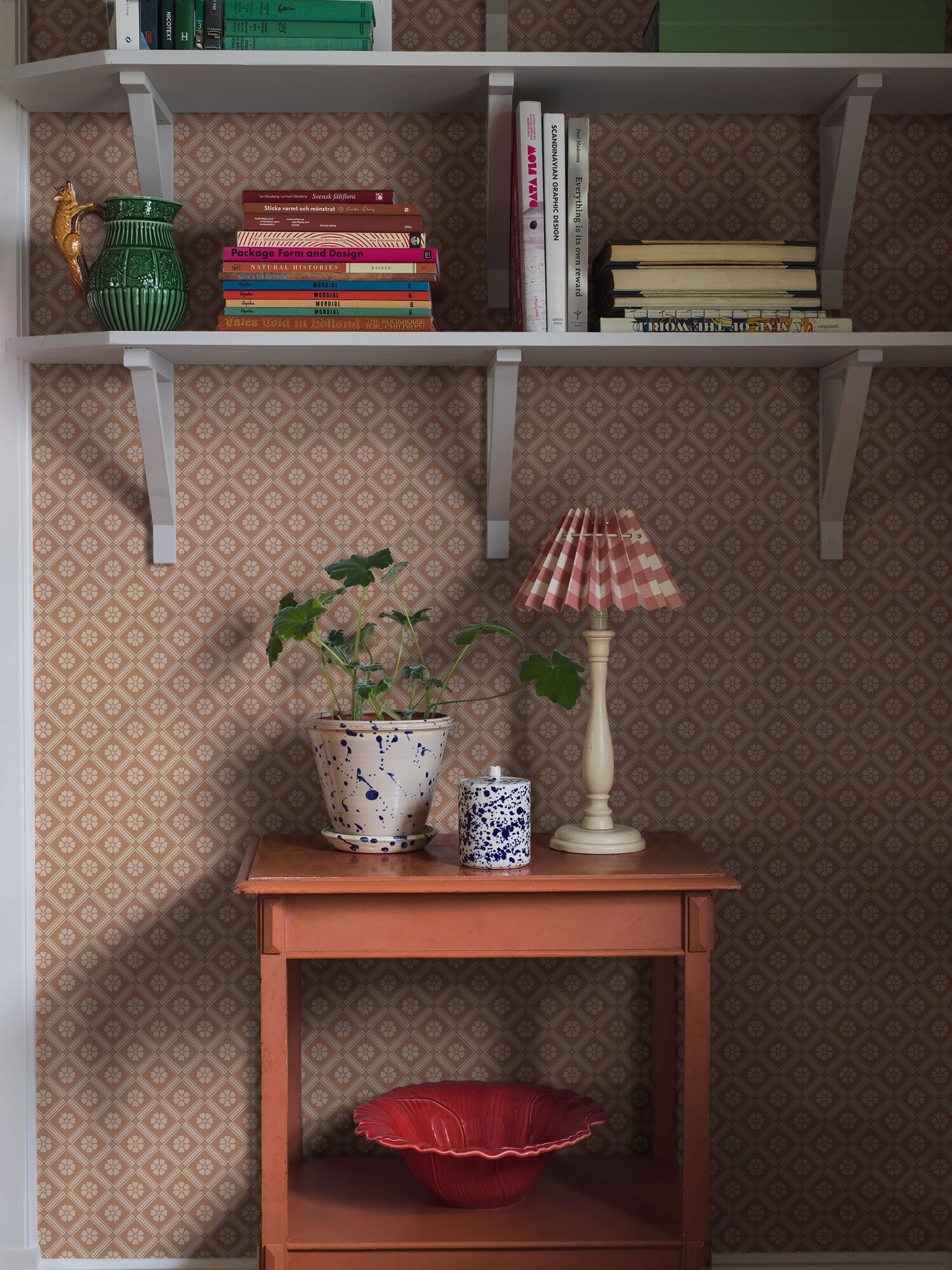 Love tapet med trellis mönster i röd och beige. Från kollektionen New Heritage. Nonwoven-material med rak passning. Passar i matsal, kök och hall.​​​​‌﻿‍﻿​‍​‍‌‍﻿﻿‌﻿​‍‌‍‍‌‌‍‌﻿‌‍‍‌‌‍﻿‍​‍​‍​﻿‍‍​‍​‍‌﻿​﻿‌‍​‌‌‍﻿‍‌‍‍‌‌﻿‌​‌﻿‍‌​‍﻿‍‌‍‍‌‌‍﻿﻿​‍​‍​‍﻿​​‍​‍‌‍‍​‌﻿​‍‌‍‌‌‌‍‌‍​‍​‍​﻿‍‍​‍​‍‌‍‍​‌﻿‌​‌﻿‌​‌﻿​​‌﻿​﻿​﻿‍‍​‍﻿﻿​‍﻿﻿‌﻿‌﻿‌﻿‌﻿‌﻿‌﻿​‍﻿‍‌‍​﻿‌‍﻿﻿‌‍﻿​‌‍﻿﻿‌﻿​‍‌‍​‌‌‍﻿‌‌‍​‌​‍﻿‍‌﻿​﻿‌‍‌‌​‍﻿﻿‌﻿​﻿‌﻿‌​‌﻿‌‌‌‍‌​‌‍‍‌‌‍﻿﻿​‍﻿﻿‌‍‍‌‌‍﻿‍‌﻿‌​‌‍‌‌‌‍﻿‍‌﻿‌​​‍﻿﻿‌‍‌‌‌‍‌​‌‍‍‌‌﻿‌​​‍﻿﻿‌‍﻿‌‌‍﻿﻿‌‍‌​‌‍‌‌​﻿﻿‌‌﻿​​‌﻿​‍‌‍‌‌‌﻿​﻿‌‍‌‌‌‍﻿‍‌﻿‌​‌‍​‌‌﻿‌​‌‍‍‌‌‍﻿﻿‌‍﻿‍​﻿‍﻿‌‍‍‌‌‍‌​​﻿﻿‌‌‍‍‌‌‍﻿‌‌‍​‌‌‍‌﻿‌‍‌‌​‍﻿‌​﻿‌‍‌‍‌​‌‍‌​​﻿​‌​﻿​​​﻿‍‌‌‍‌​​﻿‌‍​﻿‌‍​﻿‍​​﻿‌﻿‌‍​‍​﻿‌﻿​﻿​‌​﻿‌﻿​﻿​​​﻿‌‌​﻿​﻿‌‍​‍​﻿​‌‌‍‌‍‌‍​‍‌‍​‌​﻿‌﻿​﻿‌‌‌‍‌‌​﻿​‌​﻿‌‍‌‍‌​​﻿​‌‌‍​‍‌‍‌‌​﻿​﻿​﻿‍‌​﻿‌‍‌‍‌‍‌‍​‌​﻿‍‌‌‍‌‌​﻿‌‍​‍﻿‌​﻿​‌​﻿‌‌​﻿​​​﻿​​‌﻿‍​​﻿​‍​﻿​​​﻿​​​﻿​​​‍﻿‌‌‍‍‍‌﻿​​‌‍‌﻿​﻿‍﻿‌﻿‌​‌﻿‍‌‌﻿​​‌‍‌‌​﻿﻿‌‌﻿​﻿‌‍​‌‌‍﻿‍‌‍‍‌‌﻿‌​‌﻿‍‌​‍﻿‍‌‍‍‌‌‍﻿‌‌‍​‌‌‍‌﻿‌‍‌‌‌​​‌‌﻿​﻿‌﻿​﻿‌‍‌‌‌﻿‌​​﻿‍﻿‌﻿​​‌‍​‌‌﻿‌​‌‍‍​​﻿﻿‌‌‍​‌‌‍﻿​‌﻿‌​‌‌‌​‌‍‌‌‌﻿‍​‌﻿‌​​﻿﻿﻿‌‍​‍‌‍​‌‌﻿​﻿‌‍‌‌‌‌‌‌‌﻿​‍‌‍﻿​​﻿﻿‌‌‍‍​‌﻿‌​‌﻿‌​‌﻿​​‌﻿​﻿​‍‌‌​﻿​﻿‌​​‌​‍‌‌​﻿​‍‌​‌‍​‍‌‌​﻿​‍‌​‌‍‌﻿‌﻿‌﻿‌﻿‌﻿‌﻿​‍﻿‍‌‍​﻿‌‍﻿﻿‌‍﻿​‌‍﻿﻿‌﻿​‍‌‍​‌‌‍﻿‌‌‍​‌​‍﻿‍‌﻿​﻿‌‍‌‌​‍‌‌​﻿​‍‌​‌‍‌﻿​﻿‌﻿‌​‌﻿‌‌‌‍‌​‌‍‍‌‌‍﻿﻿​‍‌‍‌‍‍‌‌‍‌​​﻿﻿‌‌‍‍‌‌‍﻿‌‌‍​‌‌‍‌﻿‌‍‌‌​‍﻿‌​﻿‌‍‌‍‌​‌‍‌​​﻿​‌​﻿​​​﻿‍‌‌‍‌​​﻿‌‍​﻿‌‍​﻿‍​​﻿‌﻿‌‍​‍​﻿‌﻿​﻿​‌​﻿‌﻿​﻿​​​﻿‌‌​﻿​﻿‌‍​‍​﻿​‌‌‍‌‍‌‍​‍‌‍​‌​﻿‌﻿​﻿‌‌‌‍‌‌​﻿​‌​﻿‌‍‌‍‌​​﻿​‌‌‍​‍‌‍‌‌​﻿​﻿​﻿‍‌​﻿‌‍‌‍‌‍‌‍​‌​﻿‍‌‌‍‌‌​﻿‌‍​‍﻿‌​﻿​‌​﻿‌‌​﻿​​​﻿​​‌﻿‍​​﻿​‍​﻿​​​﻿​​​﻿​​​‍﻿‌‌‍‍‍‌﻿​​‌‍‌﻿​‍‌‍‌﻿‌​‌﻿‍‌‌﻿​​‌‍‌‌​﻿﻿‌‌﻿​﻿‌‍​‌‌‍﻿‍‌‍‍‌‌﻿‌​‌﻿‍‌​‍﻿‍‌‍‍‌‌‍﻿‌‌‍​‌‌‍‌﻿‌‍‌‌‌​​‌‌﻿​﻿‌﻿​﻿‌‍‌‌‌﻿‌​​‍‌‍‌﻿​​‌‍​‌‌﻿‌​‌‍‍​​﻿﻿‌‌‍​‌‌‍﻿​‌﻿‌​‌‌‌​‌‍‌‌‌﻿‍​‌﻿‌​​‍‌‍‌﻿​​‌‍‌‌‌﻿​‍‌﻿​﻿‌﻿​​‌‍‌‌‌‍​﻿‌﻿‌​‌‍‍‌‌﻿‌‍‌‍‌‌​﻿﻿‌‌﻿​​‌﻿‌‌‌‍​‍‌‍﻿​‌‍‍‌‌﻿​﻿‌‍‍​‌‍‌‌‌‍‌​​‍​‍‌﻿﻿‌