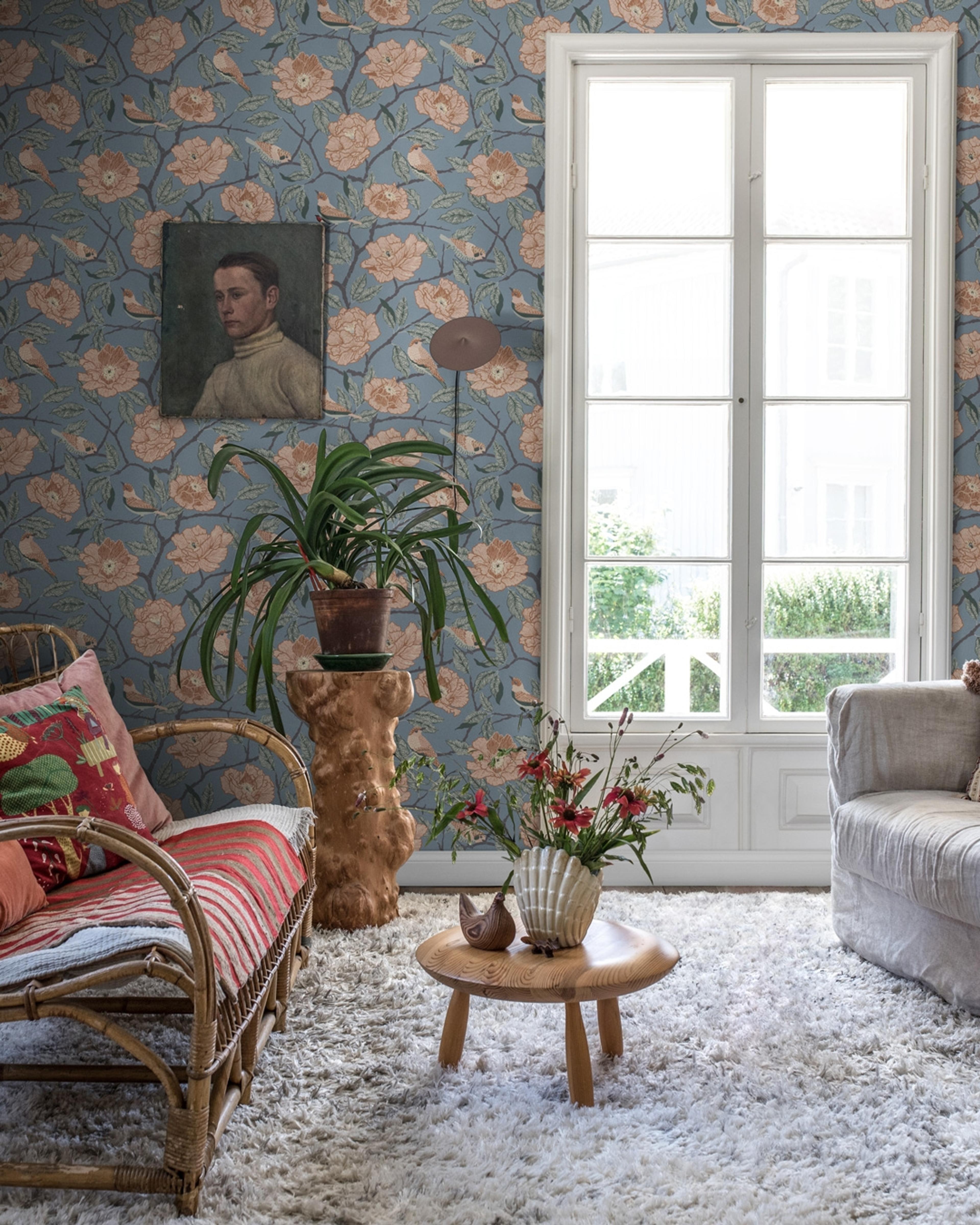 Bernadina tapet med blommigt mönster i blå. Från kollektionen Fågelsång. Nonwoven-material med förskjuten passning. Country-stil.​​​​‌﻿‍﻿​‍​‍‌‍﻿﻿‌﻿​‍‌‍‍‌‌‍‌﻿‌‍‍‌‌‍﻿‍​‍​‍​﻿‍‍​‍​‍‌﻿​﻿‌‍​‌‌‍﻿‍‌‍‍‌‌﻿‌​‌﻿‍‌​‍﻿‍‌‍‍‌‌‍﻿﻿​‍​‍​‍﻿​​‍​‍‌‍‍​‌﻿​‍‌‍‌‌‌‍‌‍​‍​‍​﻿‍‍​‍​‍‌‍‍​‌﻿‌​‌﻿‌​‌﻿​​‌﻿​﻿​﻿‍‍​‍﻿﻿​‍﻿﻿‌﻿‌﻿‌﻿‌﻿‌﻿‌﻿​‍﻿‍‌‍​﻿‌‍﻿﻿‌‍﻿​‌‍﻿﻿‌﻿​‍‌‍​‌‌‍﻿‌‌‍​‌​‍﻿‍‌﻿​﻿‌‍‌‌​‍﻿﻿‌﻿​﻿‌﻿‌​‌﻿‌‌‌‍‌​‌‍‍‌‌‍﻿﻿​‍﻿﻿‌‍‍‌‌‍﻿‍‌﻿‌​‌‍‌‌‌‍﻿‍‌﻿‌​​‍﻿﻿‌‍‌‌‌‍‌​‌‍‍‌‌﻿‌​​‍﻿﻿‌‍﻿‌‌‍﻿﻿‌‍‌​‌‍‌‌​﻿﻿‌‌﻿​​‌﻿​‍‌‍‌‌‌﻿​﻿‌‍‌‌‌‍﻿‍‌﻿‌​‌‍​‌‌﻿‌​‌‍‍‌‌‍﻿﻿‌‍﻿‍​﻿‍﻿‌‍‍‌‌‍‌​​﻿﻿‌‌‍‍‌‌‍﻿‌‌‍​‌‌‍‌﻿‌‍‌‌​‍﻿‌​﻿‌‍‌‍‌‍​﻿‌﻿​﻿‌﻿‌‍‌​‌‍‌‌​﻿‌﻿‌‍​﻿‌‍‌‌​﻿​‍​﻿‌‌​﻿‌﻿​﻿‌​​﻿‌‌​﻿​‍​﻿​​​﻿​﻿​﻿​﻿‌‍​﻿‌‍​‍​﻿‍​‌‍‌​‌‍‌‌‌‍‌‌‌‍‌​​﻿‌‌​﻿‌‍​﻿‍‌​﻿‌‌​﻿‌​​﻿‍‌‌‍​﻿​﻿​﻿​﻿‌‌​﻿​‌​﻿‍​​﻿‌﻿​﻿‍‌​﻿‍‌​﻿‌‍​‍﻿‌​﻿​‌​﻿​​​﻿‍​​﻿​​‌﻿‍​​﻿​‌​﻿​﻿​﻿‌‌​﻿​​​‍﻿‌‌‍‍‍‌﻿​​‌‍‌﻿​﻿‍﻿‌﻿‌​‌﻿‍‌‌﻿​​‌‍‌‌​﻿﻿‌‌﻿​﻿‌‍​‌‌‍﻿‍‌‍‍‌‌﻿‌​‌﻿‍‌​‍﻿‍‌‍‍‌‌‍﻿‌‌‍​‌‌‍‌﻿‌‍‌‌‌​​‌‌﻿​﻿‌﻿​﻿‌‍‌‌‌﻿‌​​﻿‍﻿‌﻿​​‌‍​‌‌﻿‌​‌‍‍​​﻿﻿‌‌‍​‌‌‍﻿​‌﻿‌​‌‌‌​‌‍‌‌‌﻿‍​‌﻿‌​​﻿﻿﻿‌‍​‍‌‍​‌‌﻿​﻿‌‍‌‌‌‌‌‌‌﻿​‍‌‍﻿​​﻿﻿‌‌‍‍​‌﻿‌​‌﻿‌​‌﻿​​‌﻿​﻿​‍‌‌​﻿​﻿‌​​‌​‍‌‌​﻿​‍‌​‌‍​‍‌‌​﻿​‍‌​‌‍‌﻿‌﻿‌﻿‌﻿‌﻿‌﻿​‍﻿‍‌‍​﻿‌‍﻿﻿‌‍﻿​‌‍﻿﻿‌﻿​‍‌‍​‌‌‍﻿‌‌‍​‌​‍﻿‍‌﻿​﻿‌‍‌‌​‍‌‌​﻿​‍‌​‌‍‌﻿​﻿‌﻿‌​‌﻿‌‌‌‍‌​‌‍‍‌‌‍﻿﻿​‍‌‍‌‍‍‌‌‍‌​​﻿﻿‌‌‍‍‌‌‍﻿‌‌‍​‌‌‍‌﻿‌‍‌‌​‍﻿‌​﻿‌‍‌‍‌‍​﻿‌﻿​﻿‌﻿‌‍‌​‌‍‌‌​﻿‌﻿‌‍​﻿‌‍‌‌​﻿​‍​﻿‌‌​﻿‌﻿​﻿‌​​﻿‌‌​﻿​‍​﻿​​​﻿​﻿​﻿​﻿‌‍​﻿‌‍​‍​﻿‍​‌‍‌​‌‍‌‌‌‍‌‌‌‍‌​​﻿‌‌​﻿‌‍​﻿‍‌​﻿‌‌​﻿‌​​﻿‍‌‌‍​﻿​﻿​﻿​﻿‌‌​﻿​‌​﻿‍​​﻿‌﻿​﻿‍‌​﻿‍‌​﻿‌‍​‍﻿‌​﻿​‌​﻿​​​﻿‍​​﻿​​‌﻿‍​​﻿​‌​﻿​﻿​﻿‌‌​﻿​​​‍﻿‌‌‍‍‍‌﻿​​‌‍‌﻿​‍‌‍‌﻿‌​‌﻿‍‌‌﻿​​‌‍‌‌​﻿﻿‌‌﻿​﻿‌‍​‌‌‍﻿‍‌‍‍‌‌﻿‌​‌﻿‍‌​‍﻿‍‌‍‍‌‌‍﻿‌‌‍​‌‌‍‌﻿‌‍‌‌‌​​‌‌﻿​﻿‌﻿​﻿‌‍‌‌‌﻿‌​​‍‌‍‌﻿​​‌‍​‌‌﻿‌​‌‍‍​​﻿﻿‌‌‍​‌‌‍﻿​‌﻿‌​‌‌‌​‌‍‌‌‌﻿‍​‌﻿‌​​‍‌‍‌﻿​​‌‍‌‌‌﻿​‍‌﻿​﻿‌﻿​​‌‍‌‌‌‍​﻿‌﻿‌​‌‍‍‌‌﻿‌‍‌‍‌‌​﻿﻿‌‌﻿​​‌﻿‌‌‌‍​‍‌‍﻿​‌‍‍‌‌﻿​﻿‌‍‍​‌‍‌‌‌‍‌​​‍​‍‌﻿﻿‌