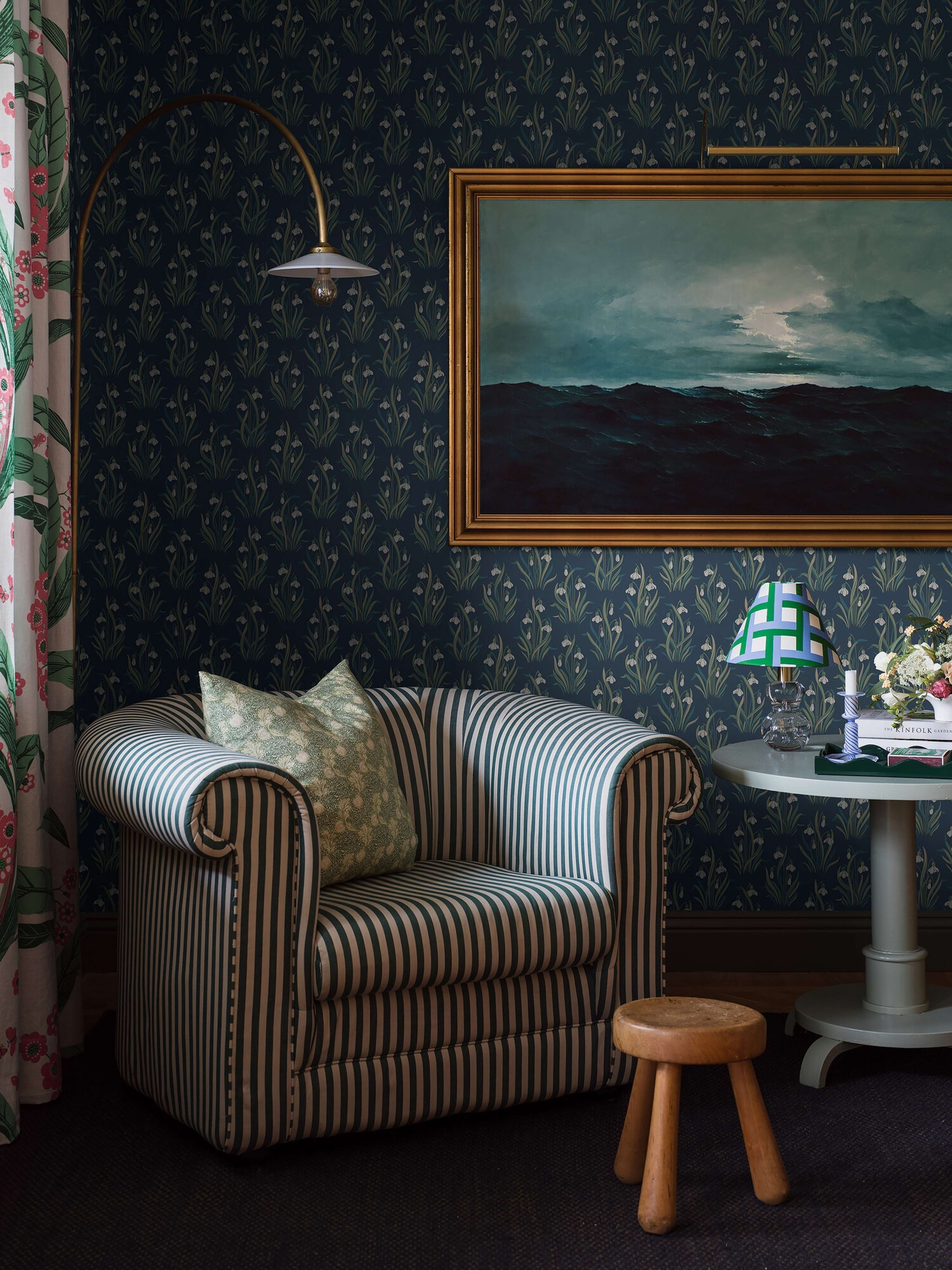 Snödroppe tapet med botaniskt, blommigt mönster i blå. Från kollektionen New Heritage. Nonwoven-material med rak passning.​​​​‌﻿‍﻿​‍​‍‌‍﻿﻿‌﻿​‍‌‍‍‌‌‍‌﻿‌‍‍‌‌‍﻿‍​‍​‍​﻿‍‍​‍​‍‌﻿​﻿‌‍​‌‌‍﻿‍‌‍‍‌‌﻿‌​‌﻿‍‌​‍﻿‍‌‍‍‌‌‍﻿﻿​‍​‍​‍﻿​​‍​‍‌‍‍​‌﻿​‍‌‍‌‌‌‍‌‍​‍​‍​﻿‍‍​‍​‍‌‍‍​‌﻿‌​‌﻿‌​‌﻿​​‌﻿​﻿​﻿‍‍​‍﻿﻿​‍﻿﻿‌﻿‌﻿‌﻿‌﻿‌﻿‌﻿​‍﻿‍‌‍​﻿‌‍﻿﻿‌‍﻿​‌‍﻿﻿‌﻿​‍‌‍​‌‌‍﻿‌‌‍​‌​‍﻿‍‌﻿​﻿‌‍‌‌​‍﻿﻿‌﻿​﻿‌﻿‌​‌﻿‌‌‌‍‌​‌‍‍‌‌‍﻿﻿​‍﻿﻿‌‍‍‌‌‍﻿‍‌﻿‌​‌‍‌‌‌‍﻿‍‌﻿‌​​‍﻿﻿‌‍‌‌‌‍‌​‌‍‍‌‌﻿‌​​‍﻿﻿‌‍﻿‌‌‍﻿﻿‌‍‌​‌‍‌‌​﻿﻿‌‌﻿​​‌﻿​‍‌‍‌‌‌﻿​﻿‌‍‌‌‌‍﻿‍‌﻿‌​‌‍​‌‌﻿‌​‌‍‍‌‌‍﻿﻿‌‍﻿‍​﻿‍﻿‌‍‍‌‌‍‌​​﻿﻿‌‌‍‍‌‌‍﻿‌‌‍​‌‌‍‌﻿‌‍‌‌​‍﻿‌​﻿‌﻿​﻿​‌‌‍​‌​﻿​‍​﻿​‍‌‍​‍‌‍​﻿‌‍​‌​﻿​﻿​﻿‌‍​﻿​﻿‌‍‌‌​﻿​﻿‌‍‌​‌‍‌​‌‍‌‍‌‍​‌​﻿​​​﻿​﻿​﻿‌​​﻿‌‍‌‍​‌​﻿​﻿‌‍​‍‌‍​‌​﻿‌‍​﻿‌‍​﻿‌‌​﻿‌‌‌‍​﻿‌‍‌‍​﻿​‍​﻿​‌‌‍‌‌​﻿‌‍‌‍​‌​﻿​﻿‌‍​‍​﻿‌‍​﻿​‌​‍﻿‌​﻿​‌​﻿‌‌​﻿​​​﻿​​‌﻿‍​​﻿​‍​﻿​​​﻿​​​﻿​​​‍﻿‌‌‍‍‍‌﻿​​‌‍‌﻿​﻿‍﻿‌﻿‌​‌﻿‍‌‌﻿​​‌‍‌‌​﻿﻿‌‌﻿​﻿‌‍​‌‌‍﻿‍‌‍‍‌‌﻿‌​‌﻿‍‌​‍﻿‍‌‍‍‌‌‍﻿‌‌‍​‌‌‍‌﻿‌‍‌‌‌​​‌‌﻿​﻿‌﻿​﻿‌‍‌‌‌﻿‌​​﻿‍﻿‌﻿​​‌‍​‌‌﻿‌​‌‍‍​​﻿﻿‌‌‍​‌‌‍﻿​‌﻿‌​‌‌‌​‌‍‌‌‌﻿‍​‌﻿‌​​﻿﻿﻿‌‍​‍‌‍​‌‌﻿​﻿‌‍‌‌‌‌‌‌‌﻿​‍‌‍﻿​​﻿﻿‌‌‍‍​‌﻿‌​‌﻿‌​‌﻿​​‌﻿​﻿​‍‌‌​﻿​﻿‌​​‌​‍‌‌​﻿​‍‌​‌‍​‍‌‌​﻿​‍‌​‌‍‌﻿‌﻿‌﻿‌﻿‌﻿‌﻿​‍﻿‍‌‍​﻿‌‍﻿﻿‌‍﻿​‌‍﻿﻿‌﻿​‍‌‍​‌‌‍﻿‌‌‍​‌​‍﻿‍‌﻿​﻿‌‍‌‌​‍‌‌​﻿​‍‌​‌‍‌﻿​﻿‌﻿‌​‌﻿‌‌‌‍‌​‌‍‍‌‌‍﻿﻿​‍‌‍‌‍‍‌‌‍‌​​﻿﻿‌‌‍‍‌‌‍﻿‌‌‍​‌‌‍‌﻿‌‍‌‌​‍﻿‌​﻿‌﻿​﻿​‌‌‍​‌​﻿​‍​﻿​‍‌‍​‍‌‍​﻿‌‍​‌​﻿​﻿​﻿‌‍​﻿​﻿‌‍‌‌​﻿​﻿‌‍‌​‌‍‌​‌‍‌‍‌‍​‌​﻿​​​﻿​﻿​﻿‌​​﻿‌‍‌‍​‌​﻿​﻿‌‍​‍‌‍​‌​﻿‌‍​﻿‌‍​﻿‌‌​﻿‌‌‌‍​﻿‌‍‌‍​﻿​‍​﻿​‌‌‍‌‌​﻿‌‍‌‍​‌​﻿​﻿‌‍​‍​﻿‌‍​﻿​‌​‍﻿‌​﻿​‌​﻿‌‌​﻿​​​﻿​​‌﻿‍​​﻿​‍​﻿​​​﻿​​​﻿​​​‍﻿‌‌‍‍‍‌﻿​​‌‍‌﻿​‍‌‍‌﻿‌​‌﻿‍‌‌﻿​​‌‍‌‌​﻿﻿‌‌﻿​﻿‌‍​‌‌‍﻿‍‌‍‍‌‌﻿‌​‌﻿‍‌​‍﻿‍‌‍‍‌‌‍﻿‌‌‍​‌‌‍‌﻿‌‍‌‌‌​​‌‌﻿​﻿‌﻿​﻿‌‍‌‌‌﻿‌​​‍‌‍‌﻿​​‌‍​‌‌﻿‌​‌‍‍​​﻿﻿‌‌‍​‌‌‍﻿​‌﻿‌​‌‌‌​‌‍‌‌‌﻿‍​‌﻿‌​​‍‌‍‌﻿​​‌‍‌‌‌﻿​‍‌﻿​﻿‌﻿​​‌‍‌‌‌‍​﻿‌﻿‌​‌‍‍‌‌﻿‌‍‌‍‌‌​﻿﻿‌‌﻿​​‌﻿‌‌‌‍​‍‌‍﻿​‌‍‍‌‌﻿​﻿‌‍‍​‌‍‌‌‌‍‌​​‍​‍‌﻿﻿‌