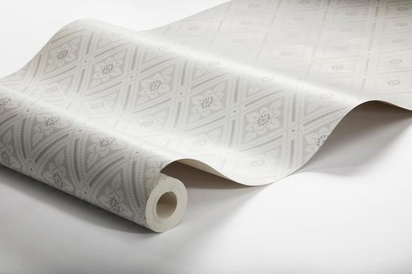 Ester mönsterbild trellis, ljusgrå tapet från Boråstapeter med rutigt, geometriskt, trellis mönster i grå. Från kollektionen Falsterbo III. Nonwoven-material med rak passning.