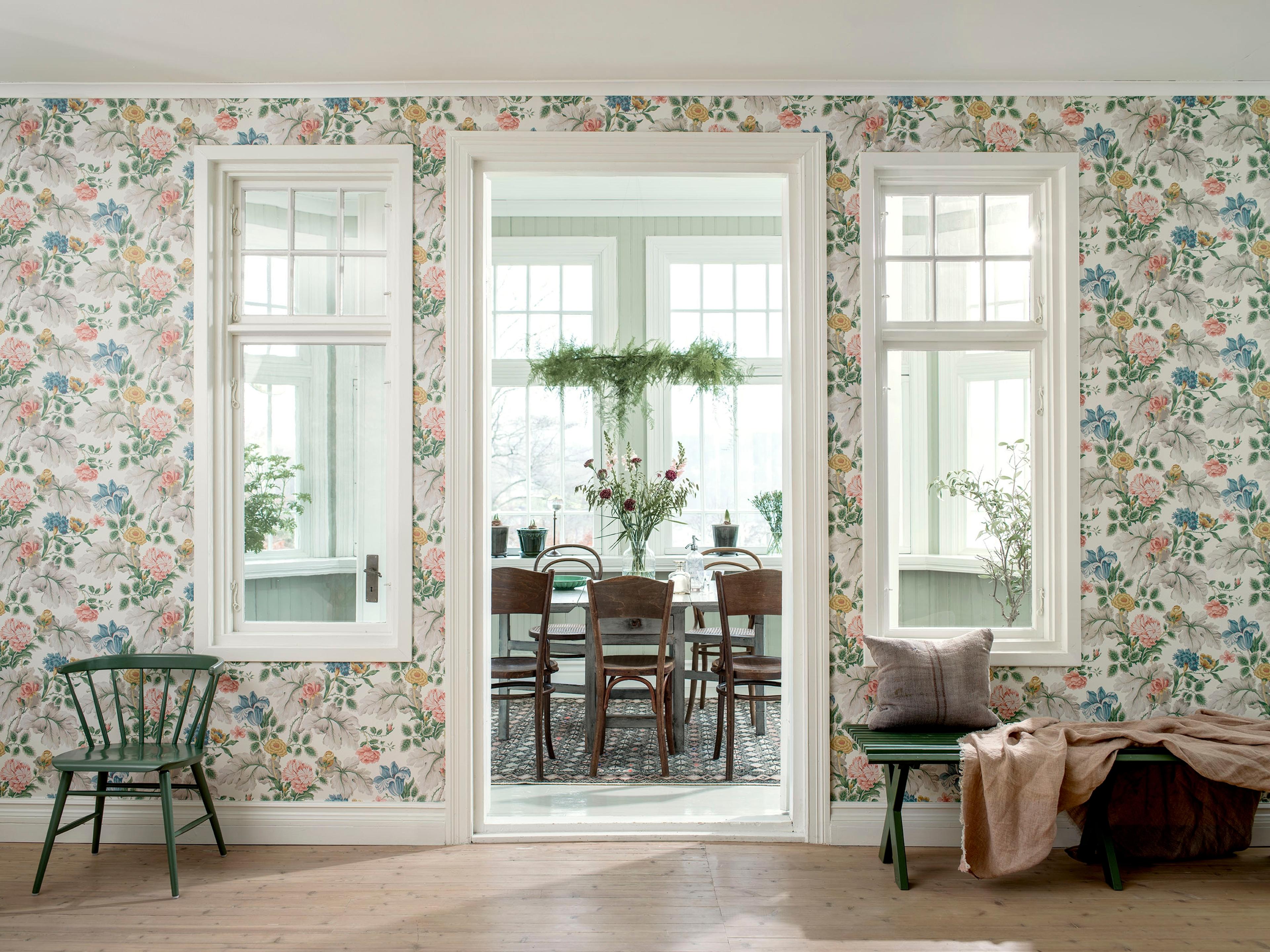 Carnation Garden tapet från Boråstapeter med blommigt mönster i vit. Från kollektionen New Heritage. Nonwoven-material med förskjuten passning. Country, city-stil.​​​​‌﻿‍﻿​‍​‍‌‍﻿﻿‌﻿​‍‌‍‍‌‌‍‌﻿‌‍‍‌‌‍﻿‍​‍​‍​﻿‍‍​‍​‍‌﻿​﻿‌‍​‌‌‍﻿‍‌‍‍‌‌﻿‌​‌﻿‍‌​‍﻿‍‌‍‍‌‌‍﻿﻿​‍​‍​‍﻿​​‍​‍‌‍‍​‌﻿​‍‌‍‌‌‌‍‌‍​‍​‍​﻿‍‍​‍​‍‌‍‍​‌﻿‌​‌﻿‌​‌﻿​​‌﻿​﻿​﻿‍‍​‍﻿﻿​‍﻿﻿‌﻿‌﻿‌﻿‌﻿‌﻿‌﻿​‍﻿‍‌‍​﻿‌‍﻿﻿‌‍﻿​‌‍﻿﻿‌﻿​‍‌‍​‌‌‍﻿‌‌‍​‌​‍﻿‍‌﻿​﻿‌‍‌‌​‍﻿﻿‌﻿​﻿‌﻿‌​‌﻿‌‌‌‍‌​‌‍‍‌‌‍﻿﻿​‍﻿﻿‌‍‍‌‌‍﻿‍‌﻿‌​‌‍‌‌‌‍﻿‍‌﻿‌​​‍﻿﻿‌‍‌‌‌‍‌​‌‍‍‌‌﻿‌​​‍﻿﻿‌‍﻿‌‌‍﻿﻿‌‍‌​‌‍‌‌​﻿﻿‌‌﻿​​‌﻿​‍‌‍‌‌‌﻿​﻿‌‍‌‌‌‍﻿‍‌﻿‌​‌‍​‌‌﻿‌​‌‍‍‌‌‍﻿﻿‌‍﻿‍​﻿‍﻿‌‍‍‌‌‍‌​​﻿﻿‌‌‍‍‌‌‍﻿‌‌‍​‌‌‍‌﻿‌‍‌‌​‍﻿‌​﻿‌﻿​﻿‍‌‌‍‌‍​﻿‌‌‌‍‌‍​﻿‌﻿‌‍‌‌​﻿‍‌‌‍​‍​﻿‌​‌‍​﻿​﻿‌​​﻿‌‍‌‍​‍‌‍​‌​﻿​‌​﻿‌‍‌‍​‍​﻿‍​​﻿‌‍​﻿‍‌‌‍​﻿​﻿‌‍​﻿‍​​﻿‌﻿​﻿‌​‌‍‌‌​﻿​﻿​﻿​‌​﻿​﻿​﻿‍​‌‍‌‍​﻿​​​﻿‌‍​﻿​‍‌‍‌‍‌‍​‌‌‍​﻿​﻿​​​﻿​‌​‍﻿‌​﻿​‍​﻿‌﻿​﻿‍​​﻿‌​‌﻿‍​​﻿​‍​﻿​​​﻿‍​​﻿‍​​‍﻿‌‌‍‍‍‌﻿​​‌‍‌﻿​﻿‍﻿‌﻿‌​‌﻿‍‌‌﻿​​‌‍‌‌​﻿﻿‌‌﻿​﻿‌‍​‌‌‍﻿‍‌‍‍‌‌﻿‌​‌﻿‍‌​‍﻿‍‌‍‍‌‌‍﻿‌‌‍​‌‌‍‌﻿‌‍‌‌‌​​‌‌﻿​﻿‌﻿​﻿‌‍‌‌‌﻿‌​​﻿‍﻿‌﻿​​‌‍​‌‌﻿‌​‌‍‍​​﻿﻿‌‌‍​‌‌‍﻿​‌﻿‌​‌‌‌​‌‍‌‌‌﻿‍​‌﻿‌​​﻿﻿﻿‌‍​‍‌‍​‌‌﻿​﻿‌‍‌‌‌‌‌‌‌﻿​‍‌‍﻿​​﻿﻿‌‌‍‍​‌﻿‌​‌﻿‌​‌﻿​​‌﻿​﻿​‍‌‌​﻿​﻿‌​​‌​‍‌‌​﻿​‍‌​‌‍​‍‌‌​﻿​‍‌​‌‍‌﻿‌﻿‌﻿‌﻿‌﻿‌﻿​‍﻿‍‌‍​﻿‌‍﻿﻿‌‍﻿​‌‍﻿﻿‌﻿​‍‌‍​‌‌‍﻿‌‌‍​‌​‍﻿‍‌﻿​﻿‌‍‌‌​‍‌‌​﻿​‍‌​‌‍‌﻿​﻿‌﻿‌​‌﻿‌‌‌‍‌​‌‍‍‌‌‍﻿﻿​‍‌‍‌‍‍‌‌‍‌​​﻿﻿‌‌‍‍‌‌‍﻿‌‌‍​‌‌‍‌﻿‌‍‌‌​‍﻿‌​﻿‌﻿​﻿‍‌‌‍‌‍​﻿‌‌‌‍‌‍​﻿‌﻿‌‍‌‌​﻿‍‌‌‍​‍​﻿‌​‌‍​﻿​﻿‌​​﻿‌‍‌‍​‍‌‍​‌​﻿​‌​﻿‌‍‌‍​‍​﻿‍​​﻿‌‍​﻿‍‌‌‍​﻿​﻿‌‍​﻿‍​​﻿‌﻿​﻿‌​‌‍‌‌​﻿​﻿​﻿​‌​﻿​﻿​﻿‍​‌‍‌‍​﻿​​​﻿‌‍​﻿​‍‌‍‌‍‌‍​‌‌‍​﻿​﻿​​​﻿​‌​‍﻿‌​﻿​‍​﻿‌﻿​﻿‍​​﻿‌​‌﻿‍​​﻿​‍​﻿​​​﻿‍​​﻿‍​​‍﻿‌‌‍‍‍‌﻿​​‌‍‌﻿​‍‌‍‌﻿‌​‌﻿‍‌‌﻿​​‌‍‌‌​﻿﻿‌‌﻿​﻿‌‍​‌‌‍﻿‍‌‍‍‌‌﻿‌​‌﻿‍‌​‍﻿‍‌‍‍‌‌‍﻿‌‌‍​‌‌‍‌﻿‌‍‌‌‌​​‌‌﻿​﻿‌﻿​﻿‌‍‌‌‌﻿‌​​‍‌‍‌﻿​​‌‍​‌‌﻿‌​‌‍‍​​﻿﻿‌‌‍​‌‌‍﻿​‌﻿‌​‌‌‌​‌‍‌‌‌﻿‍​‌﻿‌​​‍‌‍‌﻿​​‌‍‌‌‌﻿​‍‌﻿​﻿‌﻿​​‌‍‌‌‌‍​﻿‌﻿‌​‌‍‍‌‌﻿‌‍‌‍‌‌​﻿﻿‌‌﻿​​‌﻿‌‌‌‍​‍‌‍﻿​‌‍‍‌‌﻿​﻿‌‍‍​‌‍‌‌‌‍‌​​‍​‍‌﻿﻿‌