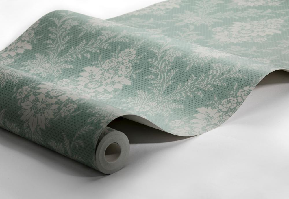 Sofia tapet från Boråstapeter med blommigt mönster i grön, blå och beige. Från kollektionen anno. Nonwoven-material med rak passning. Passar i sovrum och matsal.