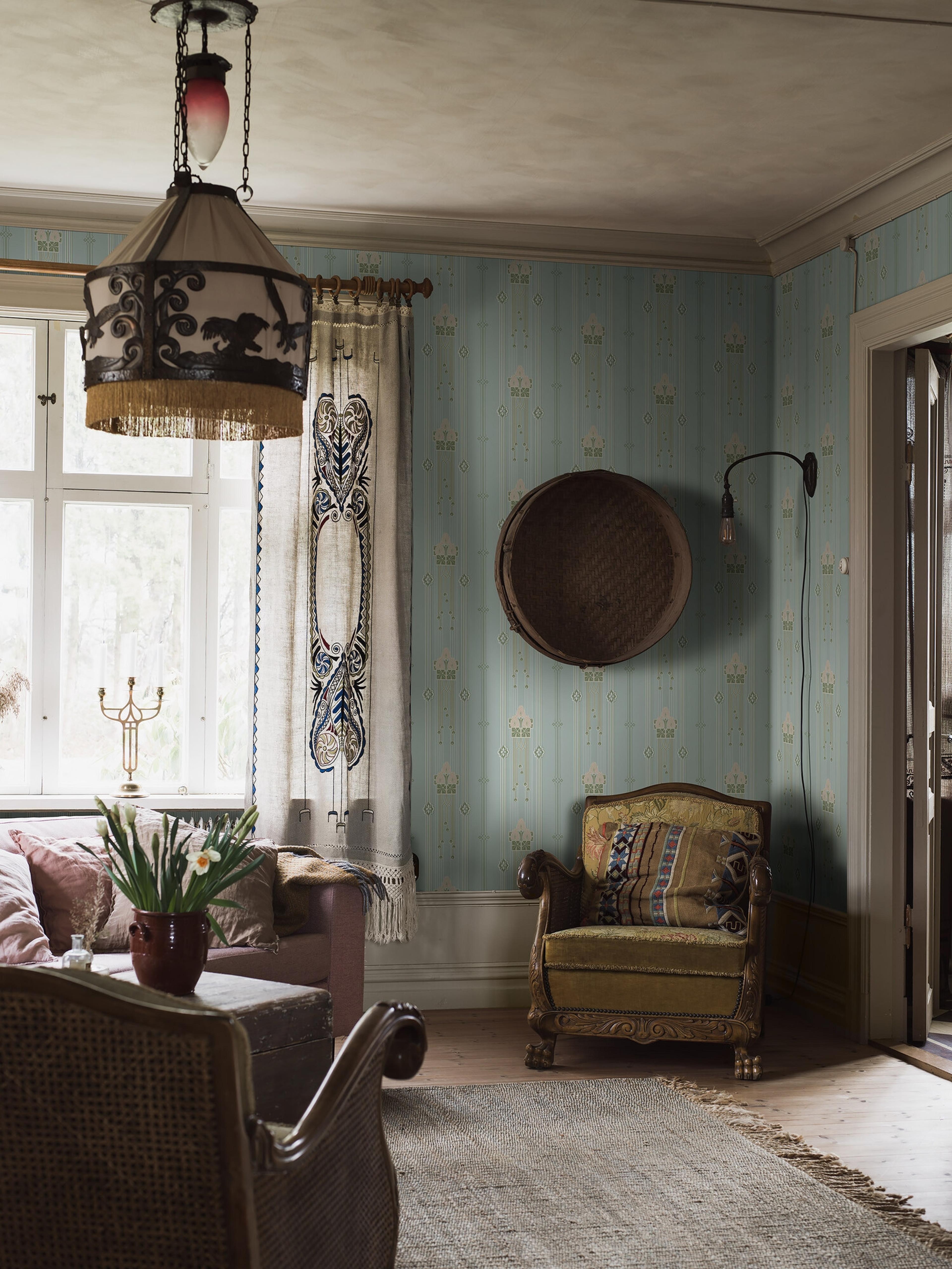 Villastan tapet med blommigt mönster i blå. Från kollektionen Alla Tiders Hus. Nonwoven-material med rak passning. Passar i vardagsrum, matsal och kök.​​​​‌﻿‍﻿​‍​‍‌‍﻿﻿‌﻿​‍‌‍‍‌‌‍‌﻿‌‍‍‌‌‍﻿‍​‍​‍​﻿‍‍​‍​‍‌﻿​﻿‌‍​‌‌‍﻿‍‌‍‍‌‌﻿‌​‌﻿‍‌​‍﻿‍‌‍‍‌‌‍﻿﻿​‍​‍​‍﻿​​‍​‍‌‍‍​‌﻿​‍‌‍‌‌‌‍‌‍​‍​‍​﻿‍‍​‍​‍‌‍‍​‌﻿‌​‌﻿‌​‌﻿​​‌﻿​﻿​﻿‍‍​‍﻿﻿​‍﻿﻿‌﻿‌﻿‌﻿‌﻿‌﻿‌﻿​‍﻿‍‌‍​﻿‌‍﻿﻿‌‍﻿​‌‍﻿﻿‌﻿​‍‌‍​‌‌‍﻿‌‌‍​‌​‍﻿‍‌﻿​﻿‌‍‌‌​‍﻿﻿‌﻿​﻿‌﻿‌​‌﻿‌‌‌‍‌​‌‍‍‌‌‍﻿﻿​‍﻿﻿‌‍‍‌‌‍﻿‍‌﻿‌​‌‍‌‌‌‍﻿‍‌﻿‌​​‍﻿﻿‌‍‌‌‌‍‌​‌‍‍‌‌﻿‌​​‍﻿﻿‌‍﻿‌‌‍﻿﻿‌‍‌​‌‍‌‌​﻿﻿‌‌﻿​​‌﻿​‍‌‍‌‌‌﻿​﻿‌‍‌‌‌‍﻿‍‌﻿‌​‌‍​‌‌﻿‌​‌‍‍‌‌‍﻿﻿‌‍﻿‍​﻿‍﻿‌‍‍‌‌‍‌​​﻿﻿‌‌‍‍‌‌‍﻿‌‌‍​‌‌‍‌﻿‌‍‌‌​‍﻿‌​﻿‍​​﻿​​​﻿‌​‌‍‌‍‌‍‌‌​﻿‍‌​﻿​‌​﻿‌‌​﻿‌‍‌‍​‍​﻿‍​​﻿‌‌​﻿‍‌​﻿‍​​﻿‌﻿​﻿‌﻿​﻿​​​﻿​​​﻿‍‌​﻿‌​‌‍​‌​﻿‍‌​﻿​‍​﻿‌​​﻿‌‍‌‍​‌​﻿‌​​﻿‌​​﻿​‍​﻿‍​​﻿​﻿​﻿‌‍‌‍‌‍​﻿​‍​﻿‍​​﻿​‍​﻿​​​﻿‌‌‌‍​‍​﻿​﻿​‍﻿‌​﻿​‌​﻿‌‌​﻿​​​﻿​​‌﻿‍​​﻿​‍​﻿​​​﻿​​​﻿​​​‍﻿‌‌‍‍‍‌﻿​​‌‍‌﻿​﻿‍﻿‌﻿‌​‌﻿‍‌‌﻿​​‌‍‌‌​﻿﻿‌‌﻿​﻿‌‍​‌‌‍﻿‍‌‍‍‌‌﻿‌​‌﻿‍‌​‍﻿‍‌‍‍‌‌‍﻿‌‌‍​‌‌‍‌﻿‌‍‌‌‌​​‌‌﻿​﻿‌﻿​﻿‌‍‌‌‌﻿‌​​﻿‍﻿‌﻿​​‌‍​‌‌﻿‌​‌‍‍​​﻿﻿‌‌‍​‌‌‍﻿​‌﻿‌​‌‌‌​‌‍‌‌‌﻿‍​‌﻿‌​​﻿﻿﻿‌‍​‍‌‍​‌‌﻿​﻿‌‍‌‌‌‌‌‌‌﻿​‍‌‍﻿​​﻿﻿‌‌‍‍​‌﻿‌​‌﻿‌​‌﻿​​‌﻿​﻿​‍‌‌​﻿​﻿‌​​‌​‍‌‌​﻿​‍‌​‌‍​‍‌‌​﻿​‍‌​‌‍‌﻿‌﻿‌﻿‌﻿‌﻿‌﻿​‍﻿‍‌‍​﻿‌‍﻿﻿‌‍﻿​‌‍﻿﻿‌﻿​‍‌‍​‌‌‍﻿‌‌‍​‌​‍﻿‍‌﻿​﻿‌‍‌‌​‍‌‌​﻿​‍‌​‌‍‌﻿​﻿‌﻿‌​‌﻿‌‌‌‍‌​‌‍‍‌‌‍﻿﻿​‍‌‍‌‍‍‌‌‍‌​​﻿﻿‌‌‍‍‌‌‍﻿‌‌‍​‌‌‍‌﻿‌‍‌‌​‍﻿‌​﻿‍​​﻿​​​﻿‌​‌‍‌‍‌‍‌‌​﻿‍‌​﻿​‌​﻿‌‌​﻿‌‍‌‍​‍​﻿‍​​﻿‌‌​﻿‍‌​﻿‍​​﻿‌﻿​﻿‌﻿​﻿​​​﻿​​​﻿‍‌​﻿‌​‌‍​‌​﻿‍‌​﻿​‍​﻿‌​​﻿‌‍‌‍​‌​﻿‌​​﻿‌​​﻿​‍​﻿‍​​﻿​﻿​﻿‌‍‌‍‌‍​﻿​‍​﻿‍​​﻿​‍​﻿​​​﻿‌‌‌‍​‍​﻿​﻿​‍﻿‌​﻿​‌​﻿‌‌​﻿​​​﻿​​‌﻿‍​​﻿​‍​﻿​​​﻿​​​﻿​​​‍﻿‌‌‍‍‍‌﻿​​‌‍‌﻿​‍‌‍‌﻿‌​‌﻿‍‌‌﻿​​‌‍‌‌​﻿﻿‌‌﻿​﻿‌‍​‌‌‍﻿‍‌‍‍‌‌﻿‌​‌﻿‍‌​‍﻿‍‌‍‍‌‌‍﻿‌‌‍​‌‌‍‌﻿‌‍‌‌‌​​‌‌﻿​﻿‌﻿​﻿‌‍‌‌‌﻿‌​​‍‌‍‌﻿​​‌‍​‌‌﻿‌​‌‍‍​​﻿﻿‌‌‍​‌‌‍﻿​‌﻿‌​‌‌‌​‌‍‌‌‌﻿‍​‌﻿‌​​‍‌‍‌﻿​​‌‍‌‌‌﻿​‍‌﻿​﻿‌﻿​​‌‍‌‌‌‍​﻿‌﻿‌​‌‍‍‌‌﻿‌‍‌‍‌‌​﻿﻿‌‌﻿​​‌﻿‌‌‌‍​‍‌‍﻿​‌‍‍‌‌﻿​﻿‌‍‍​‌‍‌‌‌‍‌​​‍​‍‌﻿﻿‌