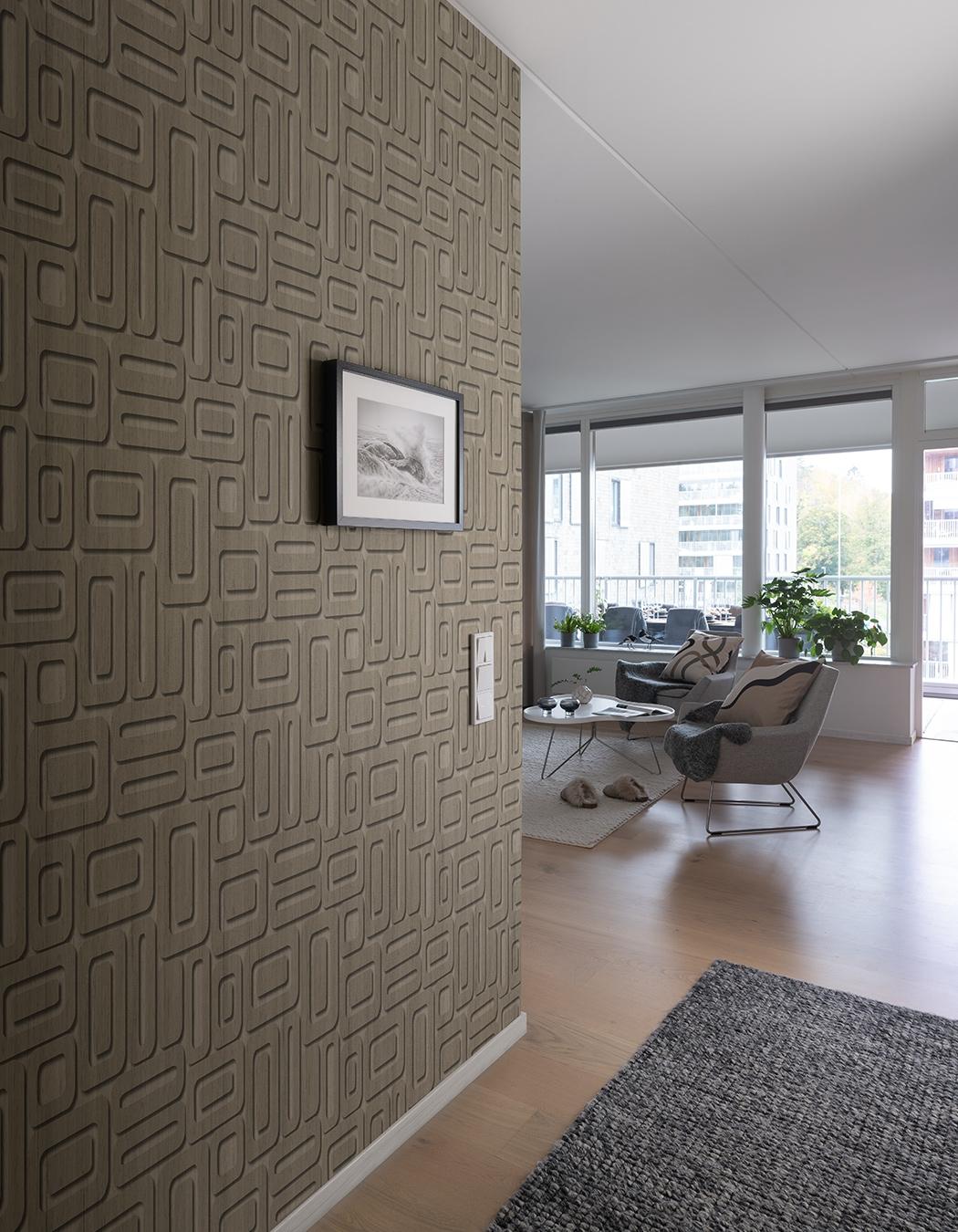 Trätapet tapet med geometriskt mönster i brun. Från kollektionen Elements. Nonwoven-material med förskjuten passning.