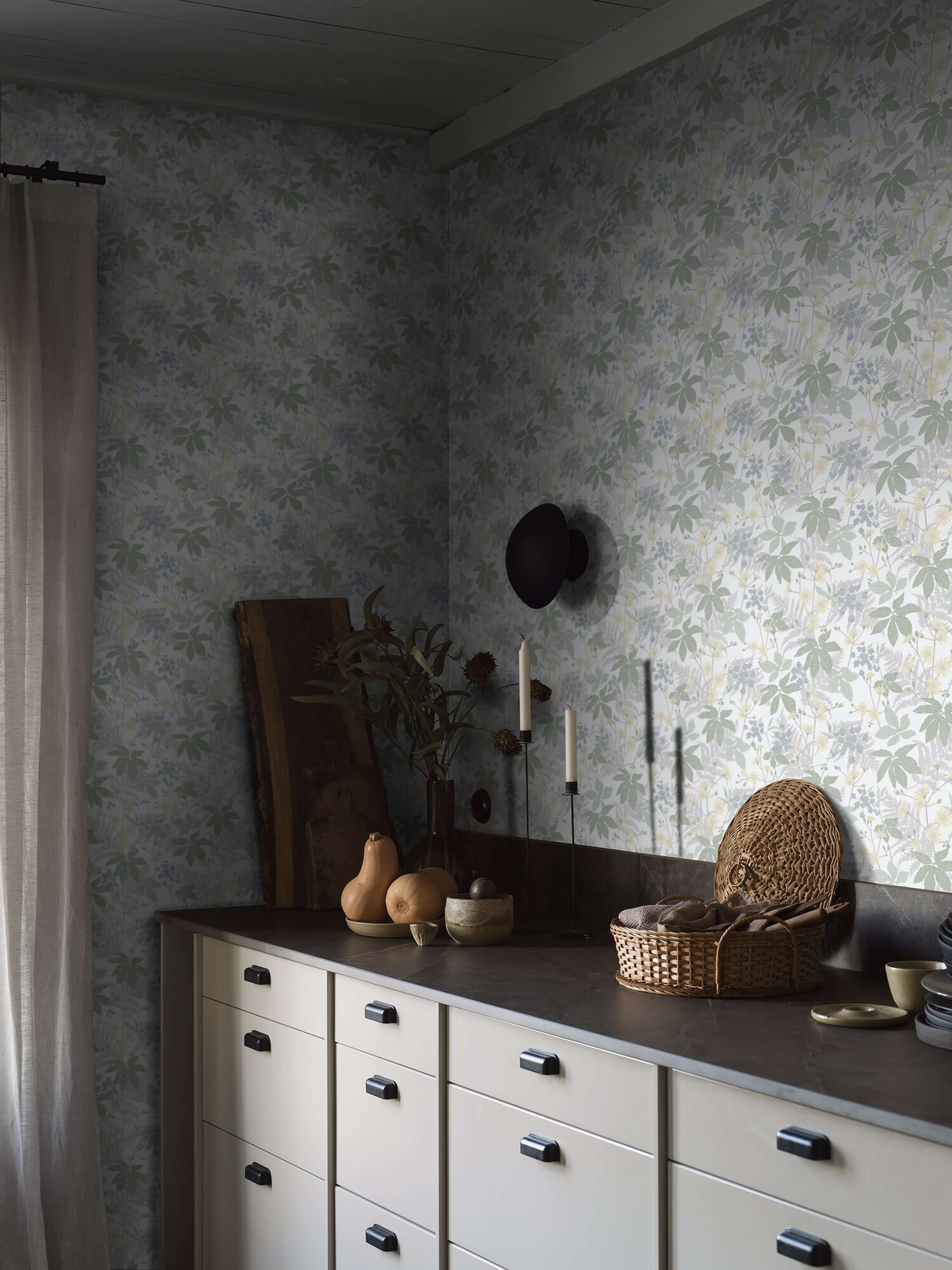 Lindskog tapet med botaniskt mönster. Från kollektionen Essens. Nonwoven-material med rak passning. Passar i vardagsrum, matsal och kök.​​​​‌﻿‍﻿​‍​‍‌‍﻿﻿‌﻿​‍‌‍‍‌‌‍‌﻿‌‍‍‌‌‍﻿‍​‍​‍​﻿‍‍​‍​‍‌﻿​﻿‌‍​‌‌‍﻿‍‌‍‍‌‌﻿‌​‌﻿‍‌​‍﻿‍‌‍‍‌‌‍﻿﻿​‍​‍​‍﻿​​‍​‍‌‍‍​‌﻿​‍‌‍‌‌‌‍‌‍​‍​‍​﻿‍‍​‍​‍‌‍‍​‌﻿‌​‌﻿‌​‌﻿​​‌﻿​﻿​﻿‍‍​‍﻿﻿​‍﻿﻿‌﻿‌﻿‌﻿‌﻿‌﻿‌﻿​‍﻿‍‌‍​﻿‌‍﻿﻿‌‍﻿​‌‍﻿﻿‌﻿​‍‌‍​‌‌‍﻿‌‌‍​‌​‍﻿‍‌﻿​﻿‌‍‌‌​‍﻿﻿‌﻿​﻿‌﻿‌​‌﻿‌‌‌‍‌​‌‍‍‌‌‍﻿﻿​‍﻿﻿‌‍‍‌‌‍﻿‍‌﻿‌​‌‍‌‌‌‍﻿‍‌﻿‌​​‍﻿﻿‌‍‌‌‌‍‌​‌‍‍‌‌﻿‌​​‍﻿﻿‌‍﻿‌‌‍﻿﻿‌‍‌​‌‍‌‌​﻿﻿‌‌﻿​​‌﻿​‍‌‍‌‌‌﻿​﻿‌‍‌‌‌‍﻿‍‌﻿‌​‌‍​‌‌﻿‌​‌‍‍‌‌‍﻿﻿‌‍﻿‍​﻿‍﻿‌‍‍‌‌‍‌​​﻿﻿‌‌‍‍‌‌‍﻿‌‌‍​‌‌‍‌﻿‌‍‌‌​‍﻿‌​﻿‍​‌‍​﻿‌‍​‌​﻿​‍‌‍‌‍‌‍​‌‌‍​‍​﻿‍‌​﻿‌​‌‍​‌‌‍​‍​﻿‌​‌‍​‌​﻿‍​‌‍​‍​﻿​‌​﻿‌​​﻿‍‌​﻿‍‌​﻿‍‌‌‍‌‌​﻿‌‍​﻿‍​​﻿‌﻿​﻿​﻿​﻿‍‌​﻿​‍‌‍​﻿​﻿‍​​﻿‌‌‌‍​﻿​﻿​​​﻿​‍​﻿​﻿‌‍​‌​﻿​​‌‍​‌​﻿‌‍‌‍‌‌‌‍​‍​‍﻿‌​﻿​‌​﻿‌‌​﻿​​​﻿​​‌﻿‍​​﻿​‍​﻿​​​﻿​​​﻿​​​‍﻿‌‌‍‍‍‌﻿​​‌‍‌﻿​﻿‍﻿‌﻿‌​‌﻿‍‌‌﻿​​‌‍‌‌​﻿﻿‌‌﻿​﻿‌‍​‌‌‍﻿‍‌‍‍‌‌﻿‌​‌﻿‍‌​‍﻿‍‌‍‍‌‌‍﻿‌‌‍​‌‌‍‌﻿‌‍‌‌‌​​‌‌﻿​﻿‌﻿​﻿‌‍‌‌‌﻿‌​​﻿‍﻿‌﻿​​‌‍​‌‌﻿‌​‌‍‍​​﻿﻿‌‌‍​‌‌‍﻿​‌﻿‌​‌‌‌​‌‍‌‌‌﻿‍​‌﻿‌​​﻿﻿﻿‌‍​‍‌‍​‌‌﻿​﻿‌‍‌‌‌‌‌‌‌﻿​‍‌‍﻿​​﻿﻿‌‌‍‍​‌﻿‌​‌﻿‌​‌﻿​​‌﻿​﻿​‍‌‌​﻿​﻿‌​​‌​‍‌‌​﻿​‍‌​‌‍​‍‌‌​﻿​‍‌​‌‍‌﻿‌﻿‌﻿‌﻿‌﻿‌﻿​‍﻿‍‌‍​﻿‌‍﻿﻿‌‍﻿​‌‍﻿﻿‌﻿​‍‌‍​‌‌‍﻿‌‌‍​‌​‍﻿‍‌﻿​﻿‌‍‌‌​‍‌‌​﻿​‍‌​‌‍‌﻿​﻿‌﻿‌​‌﻿‌‌‌‍‌​‌‍‍‌‌‍﻿﻿​‍‌‍‌‍‍‌‌‍‌​​﻿﻿‌‌‍‍‌‌‍﻿‌‌‍​‌‌‍‌﻿‌‍‌‌​‍﻿‌​﻿‍​‌‍​﻿‌‍​‌​﻿​‍‌‍‌‍‌‍​‌‌‍​‍​﻿‍‌​﻿‌​‌‍​‌‌‍​‍​﻿‌​‌‍​‌​﻿‍​‌‍​‍​﻿​‌​﻿‌​​﻿‍‌​﻿‍‌​﻿‍‌‌‍‌‌​﻿‌‍​﻿‍​​﻿‌﻿​﻿​﻿​﻿‍‌​﻿​‍‌‍​﻿​﻿‍​​﻿‌‌‌‍​﻿​﻿​​​﻿​‍​﻿​﻿‌‍​‌​﻿​​‌‍​‌​﻿‌‍‌‍‌‌‌‍​‍​‍﻿‌​﻿​‌​﻿‌‌​﻿​​​﻿​​‌﻿‍​​﻿​‍​﻿​​​﻿​​​﻿​​​‍﻿‌‌‍‍‍‌﻿​​‌‍‌﻿​‍‌‍‌﻿‌​‌﻿‍‌‌﻿​​‌‍‌‌​﻿﻿‌‌﻿​﻿‌‍​‌‌‍﻿‍‌‍‍‌‌﻿‌​‌﻿‍‌​‍﻿‍‌‍‍‌‌‍﻿‌‌‍​‌‌‍‌﻿‌‍‌‌‌​​‌‌﻿​﻿‌﻿​﻿‌‍‌‌‌﻿‌​​‍‌‍‌﻿​​‌‍​‌‌﻿‌​‌‍‍​​﻿﻿‌‌‍​‌‌‍﻿​‌﻿‌​‌‌‌​‌‍‌‌‌﻿‍​‌﻿‌​​‍‌‍‌﻿​​‌‍‌‌‌﻿​‍‌﻿​﻿‌﻿​​‌‍‌‌‌‍​﻿‌﻿‌​‌‍‍‌‌﻿‌‍‌‍‌‌​﻿﻿‌‌﻿​​‌﻿‌‌‌‍​‍‌‍﻿​‌‍‍‌‌﻿​﻿‌‍‍​‌‍‌‌‌‍‌​​‍​‍‌﻿﻿‌