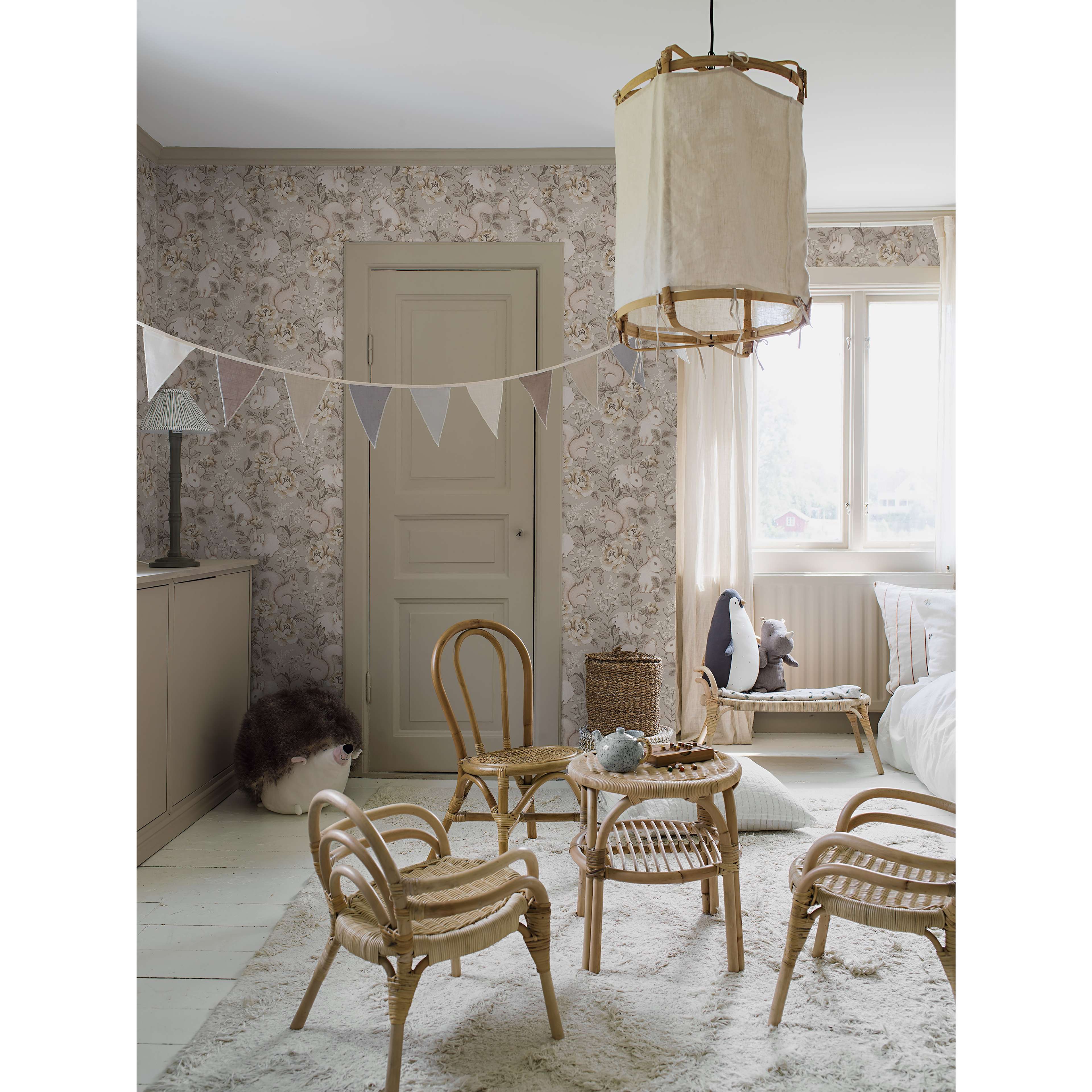 Magic Forest beige, tapet tapet med djur, blommigt, barnrum mönster i beige. Från kollektionen Newbie II Wallpaper. Nonwoven-material med rak passning. Passar i barnrum.​​​​‌﻿‍﻿​‍​‍‌‍﻿﻿‌﻿​‍‌‍‍‌‌‍‌﻿‌‍‍‌‌‍﻿‍​‍​‍​﻿‍‍​‍​‍‌﻿​﻿‌‍​‌‌‍﻿‍‌‍‍‌‌﻿‌​‌﻿‍‌​‍﻿‍‌‍‍‌‌‍﻿﻿​‍​‍​‍﻿​​‍​‍‌‍‍​‌﻿​‍‌‍‌‌‌‍‌‍​‍​‍​﻿‍‍​‍​‍‌‍‍​‌﻿‌​‌﻿‌​‌﻿​​‌﻿​﻿​﻿‍‍​‍﻿﻿​‍﻿﻿‌﻿‌﻿‌﻿‌﻿‌﻿‌﻿​‍﻿‍‌‍​﻿‌‍﻿﻿‌‍﻿​‌‍﻿﻿‌﻿​‍‌‍​‌‌‍﻿‌‌‍​‌​‍﻿‍‌﻿​﻿‌‍‌‌​‍﻿﻿‌﻿​﻿‌﻿‌​‌﻿‌‌‌‍‌​‌‍‍‌‌‍﻿﻿​‍﻿﻿‌‍‍‌‌‍﻿‍‌﻿‌​‌‍‌‌‌‍﻿‍‌﻿‌​​‍﻿﻿‌‍‌‌‌‍‌​‌‍‍‌‌﻿‌​​‍﻿﻿‌‍﻿‌‌‍﻿﻿‌‍‌​‌‍‌‌​﻿﻿‌‌﻿​​‌﻿​‍‌‍‌‌‌﻿​﻿‌‍‌‌‌‍﻿‍‌﻿‌​‌‍​‌‌﻿‌​‌‍‍‌‌‍﻿﻿‌‍﻿‍​﻿‍﻿‌‍‍‌‌‍‌​​﻿﻿‌‌‍‍‌‌‍﻿‌‌‍​‌‌‍‌﻿‌‍‌‌​‍﻿‌​﻿‍‌​﻿​‌‌‍‌​​﻿​​​﻿​‌‌‍​‌​﻿​‌‌‍​‍‌‍‌​​﻿‍​​﻿​‍​﻿​‍​﻿‌‍‌‍‌​​﻿‌‌​﻿​‌‌‍‌​​﻿‌﻿​﻿​‍‌‍​﻿​﻿‌​​﻿​​‌‍​‌​﻿‌‍‌‍‌‍​﻿‌‌‌‍​‍​﻿‍​​﻿‍​‌‍‌‍‌‍‌‌​﻿‌‍​﻿‌﻿​﻿​​‌‍​‍​﻿‌‍​﻿​﻿​﻿​‌‌‍​‍​﻿​‍​‍﻿‌​﻿​﻿​﻿​‍​﻿​​​﻿​​‌﻿‍​​﻿​﻿​﻿​‍​﻿​​​﻿​​​‍﻿‌‌‍‍‍‌﻿​​‌‍‌﻿​﻿‍﻿‌﻿‌​‌﻿‍‌‌﻿​​‌‍‌‌​﻿﻿‌‌﻿​﻿‌‍​‌‌‍﻿‍‌‍‍‌‌﻿‌​‌﻿‍‌​‍﻿‍‌‍‍‌‌‍﻿‌‌‍​‌‌‍‌﻿‌‍‌‌‌​​‌‌﻿​﻿‌﻿​﻿‌‍‌‌‌﻿‌​​﻿‍﻿‌﻿​​‌‍​‌‌﻿‌​‌‍‍​​﻿﻿‌‌‍​‌‌‍﻿​‌﻿‌​‌‌‌​‌‍‌‌‌﻿‍​‌﻿‌​​﻿﻿﻿‌‍​‍‌‍​‌‌﻿​﻿‌‍‌‌‌‌‌‌‌﻿​‍‌‍﻿​​﻿﻿‌‌‍‍​‌﻿‌​‌﻿‌​‌﻿​​‌﻿​﻿​‍‌‌​﻿​﻿‌​​‌​‍‌‌​﻿​‍‌​‌‍​‍‌‌​﻿​‍‌​‌‍‌﻿‌﻿‌﻿‌﻿‌﻿‌﻿​‍﻿‍‌‍​﻿‌‍﻿﻿‌‍﻿​‌‍﻿﻿‌﻿​‍‌‍​‌‌‍﻿‌‌‍​‌​‍﻿‍‌﻿​﻿‌‍‌‌​‍‌‌​﻿​‍‌​‌‍‌﻿​﻿‌﻿‌​‌﻿‌‌‌‍‌​‌‍‍‌‌‍﻿﻿​‍‌‍‌‍‍‌‌‍‌​​﻿﻿‌‌‍‍‌‌‍﻿‌‌‍​‌‌‍‌﻿‌‍‌‌​‍﻿‌​﻿‍‌​﻿​‌‌‍‌​​﻿​​​﻿​‌‌‍​‌​﻿​‌‌‍​‍‌‍‌​​﻿‍​​﻿​‍​﻿​‍​﻿‌‍‌‍‌​​﻿‌‌​﻿​‌‌‍‌​​﻿‌﻿​﻿​‍‌‍​﻿​﻿‌​​﻿​​‌‍​‌​﻿‌‍‌‍‌‍​﻿‌‌‌‍​‍​﻿‍​​﻿‍​‌‍‌‍‌‍‌‌​﻿‌‍​﻿‌﻿​﻿​​‌‍​‍​﻿‌‍​﻿​﻿​﻿​‌‌‍​‍​﻿​‍​‍﻿‌​﻿​﻿​﻿​‍​﻿​​​﻿​​‌﻿‍​​﻿​﻿​﻿​‍​﻿​​​﻿​​​‍﻿‌‌‍‍‍‌﻿​​‌‍‌﻿​‍‌‍‌﻿‌​‌﻿‍‌‌﻿​​‌‍‌‌​﻿﻿‌‌﻿​﻿‌‍​‌‌‍﻿‍‌‍‍‌‌﻿‌​‌﻿‍‌​‍﻿‍‌‍‍‌‌‍﻿‌‌‍​‌‌‍‌﻿‌‍‌‌‌​​‌‌﻿​﻿‌﻿​﻿‌‍‌‌‌﻿‌​​‍‌‍‌﻿​​‌‍​‌‌﻿‌​‌‍‍​​﻿﻿‌‌‍​‌‌‍﻿​‌﻿‌​‌‌‌​‌‍‌‌‌﻿‍​‌﻿‌​​‍‌‍‌﻿​​‌‍‌‌‌﻿​‍‌﻿​﻿‌﻿​​‌‍‌‌‌‍​﻿‌﻿‌​‌‍‍‌‌﻿‌‍‌‍‌‌​﻿﻿‌‌﻿​​‌﻿‌‌‌‍​‍‌‍﻿​‌‍‍‌‌﻿​﻿‌‍‍​‌‍‌‌‌‍‌​​‍​‍‌﻿﻿‌