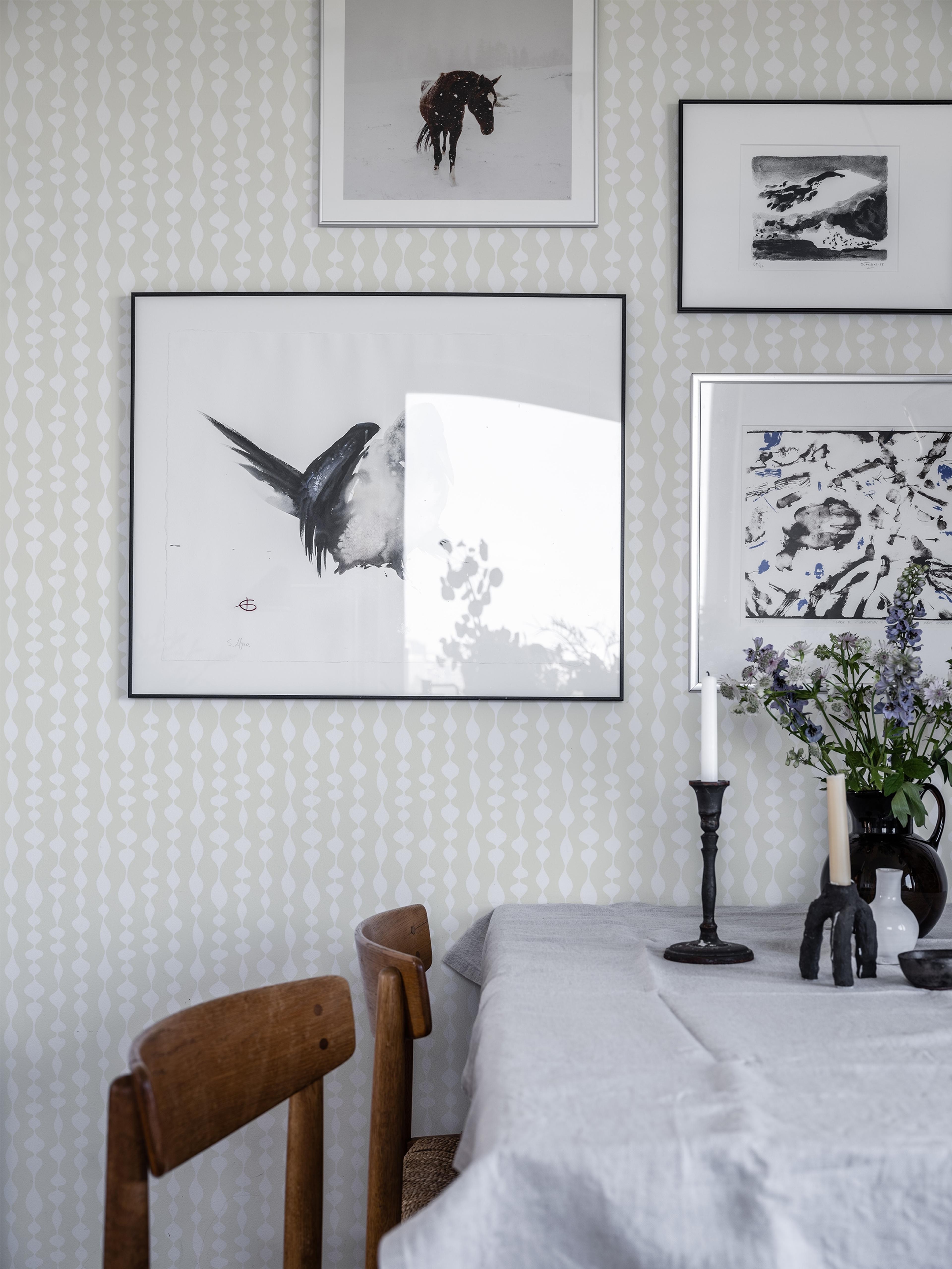 Margaret Rose vit tapet med grafiskt mönster i vit. Från kollektionen Gammalsvenska klassiker 1850–1950. Nonwoven-material med rak passning.​​​​‌﻿‍﻿​‍​‍‌‍﻿﻿‌﻿​‍‌‍‍‌‌‍‌﻿‌‍‍‌‌‍﻿‍​‍​‍​﻿‍‍​‍​‍‌﻿​﻿‌‍​‌‌‍﻿‍‌‍‍‌‌﻿‌​‌﻿‍‌​‍﻿‍‌‍‍‌‌‍﻿﻿​‍​‍​‍﻿​​‍​‍‌‍‍​‌﻿​‍‌‍‌‌‌‍‌‍​‍​‍​﻿‍‍​‍​‍‌‍‍​‌﻿‌​‌﻿‌​‌﻿​​‌﻿​﻿​﻿‍‍​‍﻿﻿​‍﻿﻿‌﻿‌﻿‌﻿‌﻿‌﻿‌﻿​‍﻿‍‌‍​﻿‌‍﻿﻿‌‍﻿​‌‍﻿﻿‌﻿​‍‌‍​‌‌‍﻿‌‌‍​‌​‍﻿‍‌﻿​﻿‌‍‌‌​‍﻿﻿‌﻿​﻿‌﻿‌​‌﻿‌‌‌‍‌​‌‍‍‌‌‍﻿﻿​‍﻿﻿‌‍‍‌‌‍﻿‍‌﻿‌​‌‍‌‌‌‍﻿‍‌﻿‌​​‍﻿﻿‌‍‌‌‌‍‌​‌‍‍‌‌﻿‌​​‍﻿﻿‌‍﻿‌‌‍﻿﻿‌‍‌​‌‍‌‌​﻿﻿‌‌﻿​​‌﻿​‍‌‍‌‌‌﻿​﻿‌‍‌‌‌‍﻿‍‌﻿‌​‌‍​‌‌﻿‌​‌‍‍‌‌‍﻿﻿‌‍﻿‍​﻿‍﻿‌‍‍‌‌‍‌​​﻿﻿‌‌‍‍‌‌‍﻿‌‌‍​‌‌‍‌﻿‌‍‌‌​‍﻿‌​﻿‍‌​﻿‌​​﻿‌﻿​﻿‌​​﻿​​​﻿‌‍​﻿​‌​﻿‌‌‌‍​‍​﻿‌​​﻿​﻿​﻿​﻿​﻿​﻿​﻿​‌​﻿​﻿‌‍‌‍​﻿​‌​﻿​‌‌‍‌‍‌‍​‍​﻿‌‍​﻿​‌‌‍​﻿​﻿​‍​﻿​​‌‍​﻿‌‍​﻿​﻿‌‌​﻿​‍​﻿‌​​﻿‌‌​﻿‌﻿​﻿​​‌‍​‍​﻿​‍​﻿‍​​﻿‌‍​﻿‍‌​﻿‌‍​﻿​‍​‍﻿‌​﻿​‍​﻿​​​﻿‍​​﻿‌﻿‌﻿‍​​﻿​‍​﻿‌﻿​﻿‍​​﻿​‍​‍﻿‌‌‍‍‍‌﻿​​‌‍‌﻿​﻿‍﻿‌﻿‌​‌﻿‍‌‌﻿​​‌‍‌‌​﻿﻿‌‌﻿​﻿‌‍​‌‌‍﻿‍‌‍‍‌‌﻿‌​‌﻿‍‌​‍﻿‍‌‍‍‌‌‍﻿‌‌‍​‌‌‍‌﻿‌‍‌‌‌​​‌‌﻿​﻿‌﻿​﻿‌‍‌‌‌﻿‌​​﻿‍﻿‌﻿​​‌‍​‌‌﻿‌​‌‍‍​​﻿﻿‌‌‍​‌‌‍﻿​‌﻿‌​‌‌‌​‌‍‌‌‌﻿‍​‌﻿‌​​﻿﻿﻿‌‍​‍‌‍​‌‌﻿​﻿‌‍‌‌‌‌‌‌‌﻿​‍‌‍﻿​​﻿﻿‌‌‍‍​‌﻿‌​‌﻿‌​‌﻿​​‌﻿​﻿​‍‌‌​﻿​﻿‌​​‌​‍‌‌​﻿​‍‌​‌‍​‍‌‌​﻿​‍‌​‌‍‌﻿‌﻿‌﻿‌﻿‌﻿‌﻿​‍﻿‍‌‍​﻿‌‍﻿﻿‌‍﻿​‌‍﻿﻿‌﻿​‍‌‍​‌‌‍﻿‌‌‍​‌​‍﻿‍‌﻿​﻿‌‍‌‌​‍‌‌​﻿​‍‌​‌‍‌﻿​﻿‌﻿‌​‌﻿‌‌‌‍‌​‌‍‍‌‌‍﻿﻿​‍‌‍‌‍‍‌‌‍‌​​﻿﻿‌‌‍‍‌‌‍﻿‌‌‍​‌‌‍‌﻿‌‍‌‌​‍﻿‌​﻿‍‌​﻿‌​​﻿‌﻿​﻿‌​​﻿​​​﻿‌‍​﻿​‌​﻿‌‌‌‍​‍​﻿‌​​﻿​﻿​﻿​﻿​﻿​﻿​﻿​‌​﻿​﻿‌‍‌‍​﻿​‌​﻿​‌‌‍‌‍‌‍​‍​﻿‌‍​﻿​‌‌‍​﻿​﻿​‍​﻿​​‌‍​﻿‌‍​﻿​﻿‌‌​﻿​‍​﻿‌​​﻿‌‌​﻿‌﻿​﻿​​‌‍​‍​﻿​‍​﻿‍​​﻿‌‍​﻿‍‌​﻿‌‍​﻿​‍​‍﻿‌​﻿​‍​﻿​​​﻿‍​​﻿‌﻿‌﻿‍​​﻿​‍​﻿‌﻿​﻿‍​​﻿​‍​‍﻿‌‌‍‍‍‌﻿​​‌‍‌﻿​‍‌‍‌﻿‌​‌﻿‍‌‌﻿​​‌‍‌‌​﻿﻿‌‌﻿​﻿‌‍​‌‌‍﻿‍‌‍‍‌‌﻿‌​‌﻿‍‌​‍﻿‍‌‍‍‌‌‍﻿‌‌‍​‌‌‍‌﻿‌‍‌‌‌​​‌‌﻿​﻿‌﻿​﻿‌‍‌‌‌﻿‌​​‍‌‍‌﻿​​‌‍​‌‌﻿‌​‌‍‍​​﻿﻿‌‌‍​‌‌‍﻿​‌﻿‌​‌‌‌​‌‍‌‌‌﻿‍​‌﻿‌​​‍‌‍‌﻿​​‌‍‌‌‌﻿​‍‌﻿​﻿‌﻿​​‌‍‌‌‌‍​﻿‌﻿‌​‌‍‍‌‌﻿‌‍‌‍‌‌​﻿﻿‌‌﻿​​‌﻿‌‌‌‍​‍‌‍﻿​‌‍‍‌‌﻿​﻿‌‍‍​‌‍‌‌‌‍‌​​‍​‍‌﻿﻿‌