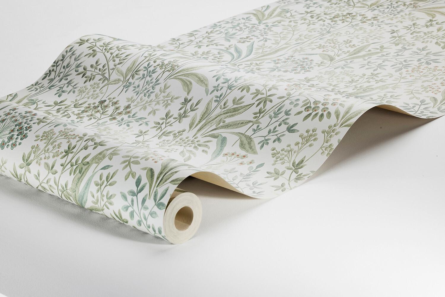 Nocturne slingrande bladverk, roströd/cremevit tapet med botaniskt mönster i grön. Från kollektionen Vårt Arkiv. Nonwoven-material med rak passning.