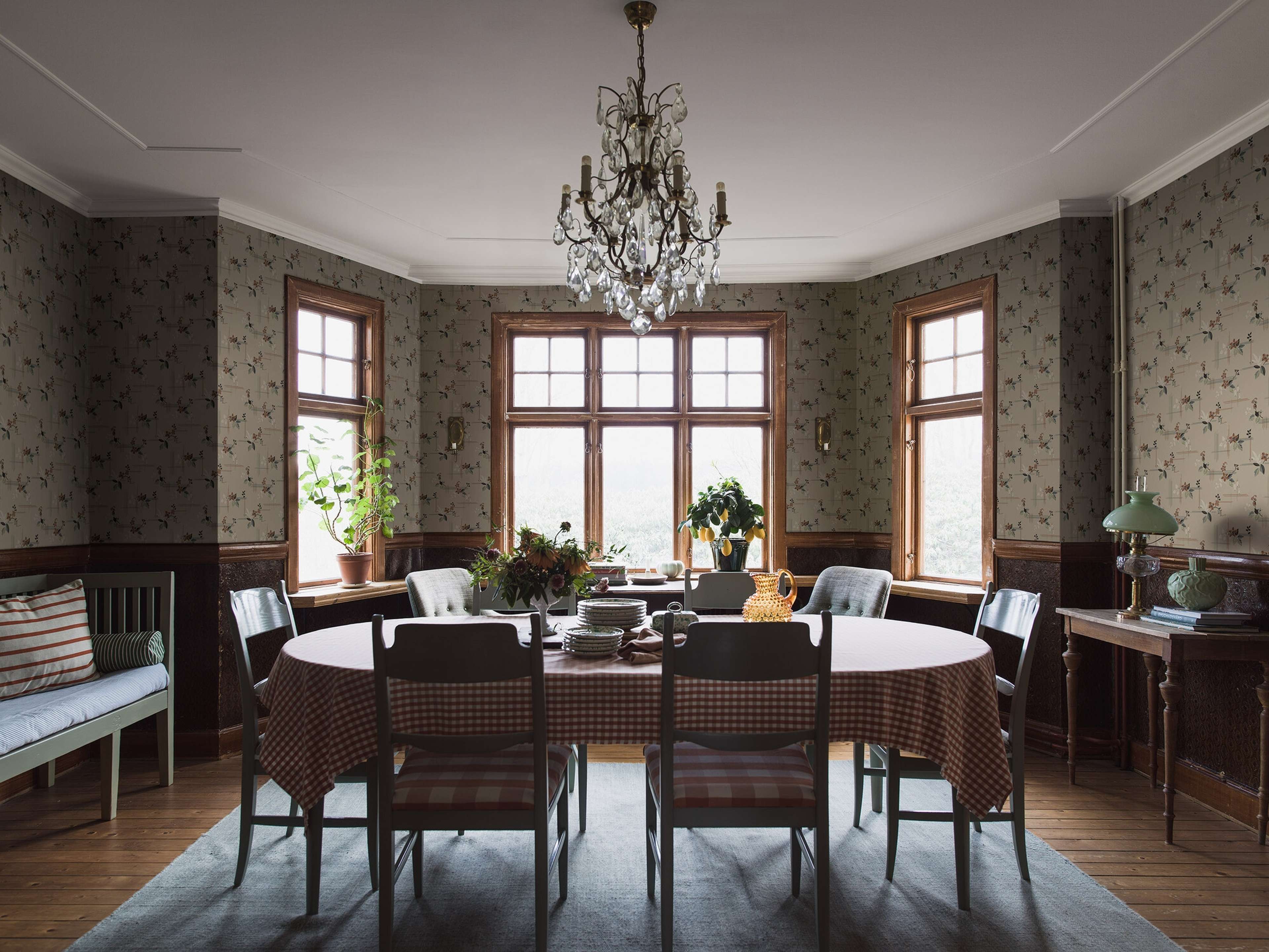 Salängen tapet med botaniskt mönster i beige. Från kollektionen Alla Tiders Hus. Nonwoven-material med rak passning. City-stil. Passar i vardagsrum, matsal och kök.​​​​‌﻿‍﻿​‍​‍‌‍﻿﻿‌﻿​‍‌‍‍‌‌‍‌﻿‌‍‍‌‌‍﻿‍​‍​‍​﻿‍‍​‍​‍‌﻿​﻿‌‍​‌‌‍﻿‍‌‍‍‌‌﻿‌​‌﻿‍‌​‍﻿‍‌‍‍‌‌‍﻿﻿​‍​‍​‍﻿​​‍​‍‌‍‍​‌﻿​‍‌‍‌‌‌‍‌‍​‍​‍​﻿‍‍​‍​‍‌‍‍​‌﻿‌​‌﻿‌​‌﻿​​‌﻿​﻿​﻿‍‍​‍﻿﻿​‍﻿﻿‌﻿‌﻿‌﻿‌﻿‌﻿‌﻿​‍﻿‍‌‍​﻿‌‍﻿﻿‌‍﻿​‌‍﻿﻿‌﻿​‍‌‍​‌‌‍﻿‌‌‍​‌​‍﻿‍‌﻿​﻿‌‍‌‌​‍﻿﻿‌﻿​﻿‌﻿‌​‌﻿‌‌‌‍‌​‌‍‍‌‌‍﻿﻿​‍﻿﻿‌‍‍‌‌‍﻿‍‌﻿‌​‌‍‌‌‌‍﻿‍‌﻿‌​​‍﻿﻿‌‍‌‌‌‍‌​‌‍‍‌‌﻿‌​​‍﻿﻿‌‍﻿‌‌‍﻿﻿‌‍‌​‌‍‌‌​﻿﻿‌‌﻿​​‌﻿​‍‌‍‌‌‌﻿​﻿‌‍‌‌‌‍﻿‍‌﻿‌​‌‍​‌‌﻿‌​‌‍‍‌‌‍﻿﻿‌‍﻿‍​﻿‍﻿‌‍‍‌‌‍‌​​﻿﻿‌‌‍‍‌‌‍﻿‌‌‍​‌‌‍‌﻿‌‍‌‌​‍﻿‌​﻿‍‌​﻿‌‍​﻿‍‌​﻿​‍‌‍​‍​﻿‌‌‌‍​﻿​﻿​​‌‍​‌​﻿‌﻿‌‍​‍​﻿​‍​﻿​﻿‌‍​‌​﻿‌‌‌‍‌‌‌‍‌‌‌‍‌‌‌‍‌​​﻿‌‍​﻿‌‍​﻿‌‍​﻿‌﻿‌‍‌‌​﻿‌‌​﻿‌​‌‍​‍‌‍​‍‌‍‌‍​﻿​﻿‌‍​﻿​﻿​​‌‍​﻿‌‍‌​‌‍‌‌​﻿​﻿‌‍​﻿​﻿‌‍​﻿‌‍​﻿​​​‍﻿‌​﻿​‍​﻿​​​﻿​​​﻿​​‌﻿‍​​﻿​‌​﻿‌‌​﻿​​​﻿​​​‍﻿‌‌‍‍‍‌﻿​​‌‍‌﻿​﻿‍﻿‌﻿‌​‌﻿‍‌‌﻿​​‌‍‌‌​﻿﻿‌‌﻿​﻿‌‍​‌‌‍﻿‍‌‍‍‌‌﻿‌​‌﻿‍‌​‍﻿‍‌‍‍‌‌‍﻿‌‌‍​‌‌‍‌﻿‌‍‌‌‌​​‌‌﻿​﻿‌﻿​﻿‌‍‌‌‌﻿‌​​﻿‍﻿‌﻿​​‌‍​‌‌﻿‌​‌‍‍​​﻿﻿‌‌‍​‌‌‍﻿​‌﻿‌​‌‌‌​‌‍‌‌‌﻿‍​‌﻿‌​​﻿﻿﻿‌‍​‍‌‍​‌‌﻿​﻿‌‍‌‌‌‌‌‌‌﻿​‍‌‍﻿​​﻿﻿‌‌‍‍​‌﻿‌​‌﻿‌​‌﻿​​‌﻿​﻿​‍‌‌​﻿​﻿‌​​‌​‍‌‌​﻿​‍‌​‌‍​‍‌‌​﻿​‍‌​‌‍‌﻿‌﻿‌﻿‌﻿‌﻿‌﻿​‍﻿‍‌‍​﻿‌‍﻿﻿‌‍﻿​‌‍﻿﻿‌﻿​‍‌‍​‌‌‍﻿‌‌‍​‌​‍﻿‍‌﻿​﻿‌‍‌‌​‍‌‌​﻿​‍‌​‌‍‌﻿​﻿‌﻿‌​‌﻿‌‌‌‍‌​‌‍‍‌‌‍﻿﻿​‍‌‍‌‍‍‌‌‍‌​​﻿﻿‌‌‍‍‌‌‍﻿‌‌‍​‌‌‍‌﻿‌‍‌‌​‍﻿‌​﻿‍‌​﻿‌‍​﻿‍‌​﻿​‍‌‍​‍​﻿‌‌‌‍​﻿​﻿​​‌‍​‌​﻿‌﻿‌‍​‍​﻿​‍​﻿​﻿‌‍​‌​﻿‌‌‌‍‌‌‌‍‌‌‌‍‌‌‌‍‌​​﻿‌‍​﻿‌‍​﻿‌‍​﻿‌﻿‌‍‌‌​﻿‌‌​﻿‌​‌‍​‍‌‍​‍‌‍‌‍​﻿​﻿‌‍​﻿​﻿​​‌‍​﻿‌‍‌​‌‍‌‌​﻿​﻿‌‍​﻿​﻿‌‍​﻿‌‍​﻿​​​‍﻿‌​﻿​‍​﻿​​​﻿​​​﻿​​‌﻿‍​​﻿​‌​﻿‌‌​﻿​​​﻿​​​‍﻿‌‌‍‍‍‌﻿​​‌‍‌﻿​‍‌‍‌﻿‌​‌﻿‍‌‌﻿​​‌‍‌‌​﻿﻿‌‌﻿​﻿‌‍​‌‌‍﻿‍‌‍‍‌‌﻿‌​‌﻿‍‌​‍﻿‍‌‍‍‌‌‍﻿‌‌‍​‌‌‍‌﻿‌‍‌‌‌​​‌‌﻿​﻿‌﻿​﻿‌‍‌‌‌﻿‌​​‍‌‍‌﻿​​‌‍​‌‌﻿‌​‌‍‍​​﻿﻿‌‌‍​‌‌‍﻿​‌﻿‌​‌‌‌​‌‍‌‌‌﻿‍​‌﻿‌​​‍‌‍‌﻿​​‌‍‌‌‌﻿​‍‌﻿​﻿‌﻿​​‌‍‌‌‌‍​﻿‌﻿‌​‌‍‍‌‌﻿‌‍‌‍‌‌​﻿﻿‌‌﻿​​‌﻿‌‌‌‍​‍‌‍﻿​‌‍‍‌‌﻿​﻿‌‍‍​‌‍‌‌‌‍‌​​‍​‍‌﻿﻿‌