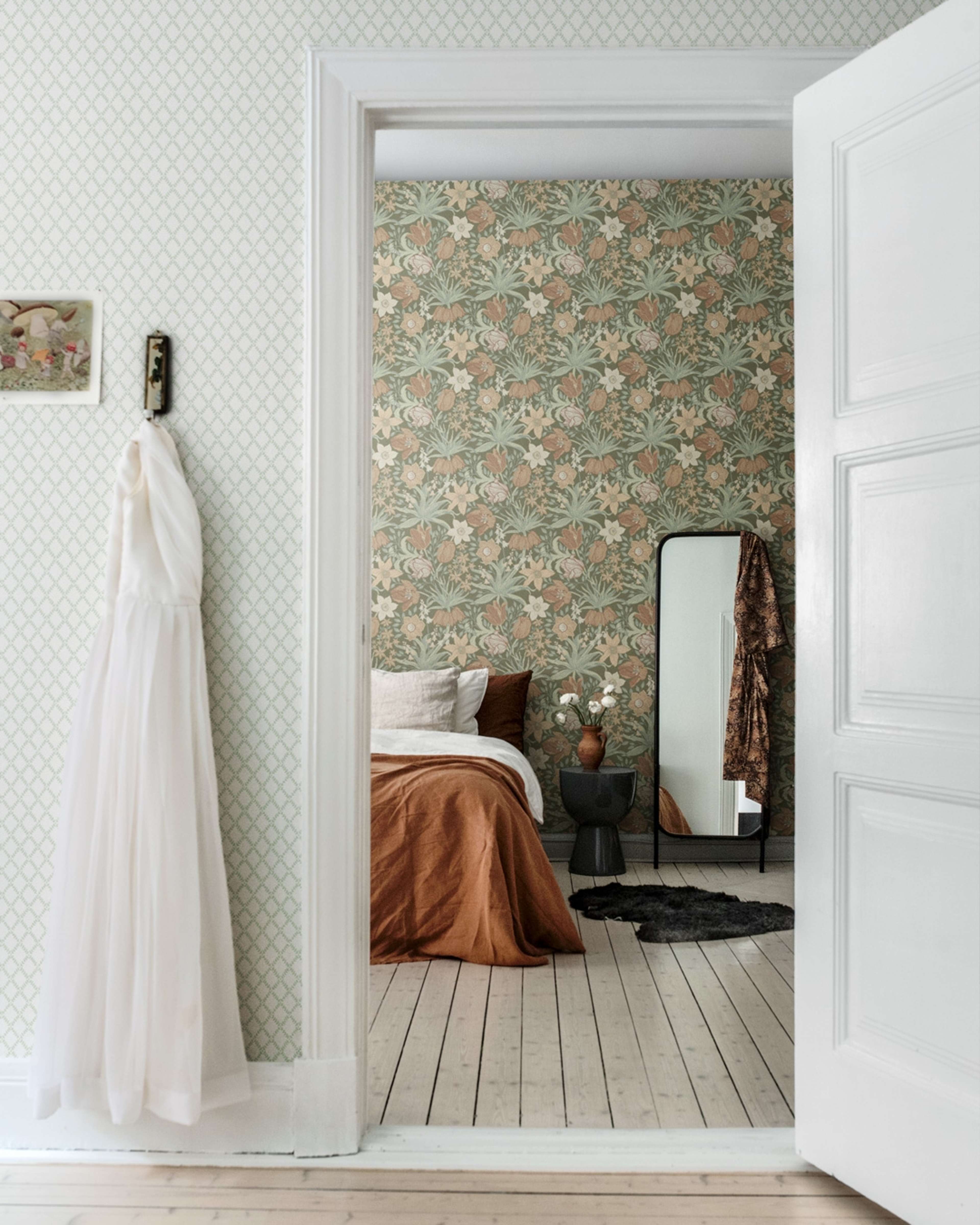 Trevor tapet med trellis mönster i vit. Från kollektionen Fågelsång. Nonwoven-material med rak passning.​​​​‌﻿‍﻿​‍​‍‌‍﻿﻿‌﻿​‍‌‍‍‌‌‍‌﻿‌‍‍‌‌‍﻿‍​‍​‍​﻿‍‍​‍​‍‌﻿​﻿‌‍​‌‌‍﻿‍‌‍‍‌‌﻿‌​‌﻿‍‌​‍﻿‍‌‍‍‌‌‍﻿﻿​‍​‍​‍﻿​​‍​‍‌‍‍​‌﻿​‍‌‍‌‌‌‍‌‍​‍​‍​﻿‍‍​‍​‍‌‍‍​‌﻿‌​‌﻿‌​‌﻿​​‌﻿​﻿​﻿‍‍​‍﻿﻿​‍﻿﻿‌﻿‌﻿‌﻿‌﻿‌﻿‌﻿​‍﻿‍‌‍​﻿‌‍﻿﻿‌‍﻿​‌‍﻿﻿‌﻿​‍‌‍​‌‌‍﻿‌‌‍​‌​‍﻿‍‌﻿​﻿‌‍‌‌​‍﻿﻿‌﻿​﻿‌﻿‌​‌﻿‌‌‌‍‌​‌‍‍‌‌‍﻿﻿​‍﻿﻿‌‍‍‌‌‍﻿‍‌﻿‌​‌‍‌‌‌‍﻿‍‌﻿‌​​‍﻿﻿‌‍‌‌‌‍‌​‌‍‍‌‌﻿‌​​‍﻿﻿‌‍﻿‌‌‍﻿﻿‌‍‌​‌‍‌‌​﻿﻿‌‌﻿​​‌﻿​‍‌‍‌‌‌﻿​﻿‌‍‌‌‌‍﻿‍‌﻿‌​‌‍​‌‌﻿‌​‌‍‍‌‌‍﻿﻿‌‍﻿‍​﻿‍﻿‌‍‍‌‌‍‌​​﻿﻿‌‌‍‍‌‌‍﻿‌‌‍​‌‌‍‌﻿‌‍‌‌​‍﻿‌​﻿‍‌‌‍​‌​﻿‌‌​﻿‌‍​﻿‌​​﻿​​​﻿​‍‌‍‌‌​﻿​​​﻿‌​​﻿‌‍‌‍‌‌​﻿‍​​﻿​﻿​﻿‌​‌‍‌‍​﻿‍​​﻿‍‌​﻿‍‌‌‍​‍​﻿​﻿​﻿​‌​﻿‍​​﻿‌​​﻿‌‍‌‍​‌​﻿‌﻿​﻿‌​​﻿​​​﻿‌‍​﻿‌﻿​﻿‍‌‌‍​﻿​﻿‌﻿​﻿​﻿​﻿‌﻿​﻿‌‍‌‍‌‍​﻿​​​﻿‍​​‍﻿‌​﻿​‌​﻿​​​﻿‍​​﻿​​‌﻿‍​​﻿​‌​﻿​﻿​﻿‌‌​﻿​​​‍﻿‌‌‍‍‍‌﻿​​‌‍‌﻿​﻿‍﻿‌﻿‌​‌﻿‍‌‌﻿​​‌‍‌‌​﻿﻿‌‌﻿​﻿‌‍​‌‌‍﻿‍‌‍‍‌‌﻿‌​‌﻿‍‌​‍﻿‍‌‍‍‌‌‍﻿‌‌‍​‌‌‍‌﻿‌‍‌‌‌​​‌‌﻿​﻿‌﻿​﻿‌‍‌‌‌﻿‌​​﻿‍﻿‌﻿​​‌‍​‌‌﻿‌​‌‍‍​​﻿﻿‌‌‍​‌‌‍﻿​‌﻿‌​‌‌‌​‌‍‌‌‌﻿‍​‌﻿‌​​﻿﻿﻿‌‍​‍‌‍​‌‌﻿​﻿‌‍‌‌‌‌‌‌‌﻿​‍‌‍﻿​​﻿﻿‌‌‍‍​‌﻿‌​‌﻿‌​‌﻿​​‌﻿​﻿​‍‌‌​﻿​﻿‌​​‌​‍‌‌​﻿​‍‌​‌‍​‍‌‌​﻿​‍‌​‌‍‌﻿‌﻿‌﻿‌﻿‌﻿‌﻿​‍﻿‍‌‍​﻿‌‍﻿﻿‌‍﻿​‌‍﻿﻿‌﻿​‍‌‍​‌‌‍﻿‌‌‍​‌​‍﻿‍‌﻿​﻿‌‍‌‌​‍‌‌​﻿​‍‌​‌‍‌﻿​﻿‌﻿‌​‌﻿‌‌‌‍‌​‌‍‍‌‌‍﻿﻿​‍‌‍‌‍‍‌‌‍‌​​﻿﻿‌‌‍‍‌‌‍﻿‌‌‍​‌‌‍‌﻿‌‍‌‌​‍﻿‌​﻿‍‌‌‍​‌​﻿‌‌​﻿‌‍​﻿‌​​﻿​​​﻿​‍‌‍‌‌​﻿​​​﻿‌​​﻿‌‍‌‍‌‌​﻿‍​​﻿​﻿​﻿‌​‌‍‌‍​﻿‍​​﻿‍‌​﻿‍‌‌‍​‍​﻿​﻿​﻿​‌​﻿‍​​﻿‌​​﻿‌‍‌‍​‌​﻿‌﻿​﻿‌​​﻿​​​﻿‌‍​﻿‌﻿​﻿‍‌‌‍​﻿​﻿‌﻿​﻿​﻿​﻿‌﻿​﻿‌‍‌‍‌‍​﻿​​​﻿‍​​‍﻿‌​﻿​‌​﻿​​​﻿‍​​﻿​​‌﻿‍​​﻿​‌​﻿​﻿​﻿‌‌​﻿​​​‍﻿‌‌‍‍‍‌﻿​​‌‍‌﻿​‍‌‍‌﻿‌​‌﻿‍‌‌﻿​​‌‍‌‌​﻿﻿‌‌﻿​﻿‌‍​‌‌‍﻿‍‌‍‍‌‌﻿‌​‌﻿‍‌​‍﻿‍‌‍‍‌‌‍﻿‌‌‍​‌‌‍‌﻿‌‍‌‌‌​​‌‌﻿​﻿‌﻿​﻿‌‍‌‌‌﻿‌​​‍‌‍‌﻿​​‌‍​‌‌﻿‌​‌‍‍​​﻿﻿‌‌‍​‌‌‍﻿​‌﻿‌​‌‌‌​‌‍‌‌‌﻿‍​‌﻿‌​​‍‌‍‌﻿​​‌‍‌‌‌﻿​‍‌﻿​﻿‌﻿​​‌‍‌‌‌‍​﻿‌﻿‌​‌‍‍‌‌﻿‌‍‌‍‌‌​﻿﻿‌‌﻿​​‌﻿‌‌‌‍​‍‌‍﻿​‌‍‍‌‌﻿​﻿‌‍‍​‌‍‌‌‌‍‌​​‍​‍‌﻿﻿‌