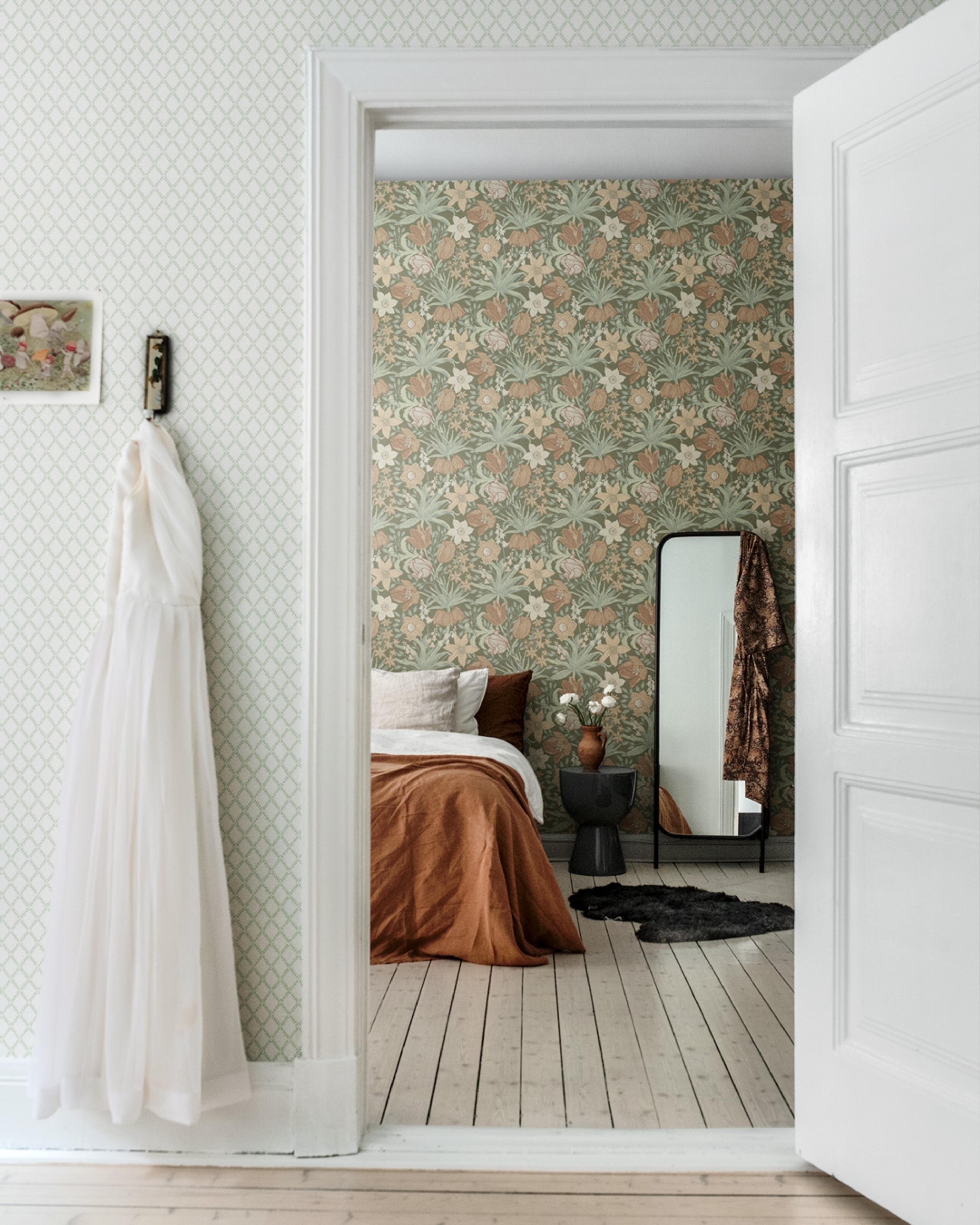 Trevor tapet med trellis mönster i vit. Från kollektionen Fågelsång. Nonwoven-material med rak passning.​​​​‌﻿‍﻿​‍​‍‌‍﻿﻿‌﻿​‍‌‍‍‌‌‍‌﻿‌‍‍‌‌‍﻿‍​‍​‍​﻿‍‍​‍​‍‌﻿​﻿‌‍​‌‌‍﻿‍‌‍‍‌‌﻿‌​‌﻿‍‌​‍﻿‍‌‍‍‌‌‍﻿﻿​‍​‍​‍﻿​​‍​‍‌‍‍​‌﻿​‍‌‍‌‌‌‍‌‍​‍​‍​﻿‍‍​‍​‍‌‍‍​‌﻿‌​‌﻿‌​‌﻿​​‌﻿​﻿​﻿‍‍​‍﻿﻿​‍﻿﻿‌﻿‌﻿‌﻿‌﻿‌﻿‌﻿​‍﻿‍‌‍​﻿‌‍﻿﻿‌‍﻿​‌‍﻿﻿‌﻿​‍‌‍​‌‌‍﻿‌‌‍​‌​‍﻿‍‌﻿​﻿‌‍‌‌​‍﻿﻿‌﻿​﻿‌﻿‌​‌﻿‌‌‌‍‌​‌‍‍‌‌‍﻿﻿​‍﻿﻿‌‍‍‌‌‍﻿‍‌﻿‌​‌‍‌‌‌‍﻿‍‌﻿‌​​‍﻿﻿‌‍‌‌‌‍‌​‌‍‍‌‌﻿‌​​‍﻿﻿‌‍﻿‌‌‍﻿﻿‌‍‌​‌‍‌‌​﻿﻿‌‌﻿​​‌﻿​‍‌‍‌‌‌﻿​﻿‌‍‌‌‌‍﻿‍‌﻿‌​‌‍​‌‌﻿‌​‌‍‍‌‌‍﻿﻿‌‍﻿‍​﻿‍﻿‌‍‍‌‌‍‌​​﻿﻿‌‌‍‍‌‌‍﻿‌‌‍​‌‌‍‌﻿‌‍‌‌​‍﻿‌​﻿‍‌‌‍​‌​﻿‌‌​﻿‌‍​﻿‌​​﻿​​​﻿​‍‌‍‌‌​﻿​​​﻿‌​​﻿‌‍‌‍‌‌​﻿‍​​﻿​﻿​﻿‌​‌‍‌‍​﻿‍​​﻿‍‌​﻿‍‌‌‍​‍​﻿​﻿​﻿​‌​﻿‍​​﻿‌​​﻿‌‍‌‍​‌​﻿‌﻿​﻿‌​​﻿​​​﻿‌‍​﻿‌﻿​﻿‍‌‌‍​﻿​﻿‌﻿​﻿​﻿​﻿‌﻿​﻿‌‍‌‍‌‍​﻿​​​﻿‍​​‍﻿‌​﻿​‌​﻿​​​﻿‍​​﻿​​‌﻿‍​​﻿​‌​﻿​﻿​﻿‌‌​﻿​​​‍﻿‌‌‍‍‍‌﻿​​‌‍‌﻿​﻿‍﻿‌﻿‌​‌﻿‍‌‌﻿​​‌‍‌‌​﻿﻿‌‌﻿​﻿‌‍​‌‌‍﻿‍‌‍‍‌‌﻿‌​‌﻿‍‌​‍﻿‍‌‍‍‌‌‍﻿‌‌‍​‌‌‍‌﻿‌‍‌‌‌​​‌‌﻿​﻿‌﻿​﻿‌‍‌‌‌﻿‌​​﻿‍﻿‌﻿​​‌‍​‌‌﻿‌​‌‍‍​​﻿﻿‌‌‍​‌‌‍﻿​‌﻿‌​‌‌‌​‌‍‌‌‌﻿‍​‌﻿‌​​﻿﻿﻿‌‍​‍‌‍​‌‌﻿​﻿‌‍‌‌‌‌‌‌‌﻿​‍‌‍﻿​​﻿﻿‌‌‍‍​‌﻿‌​‌﻿‌​‌﻿​​‌﻿​﻿​‍‌‌​﻿​﻿‌​​‌​‍‌‌​﻿​‍‌​‌‍​‍‌‌​﻿​‍‌​‌‍‌﻿‌﻿‌﻿‌﻿‌﻿‌﻿​‍﻿‍‌‍​﻿‌‍﻿﻿‌‍﻿​‌‍﻿﻿‌﻿​‍‌‍​‌‌‍﻿‌‌‍​‌​‍﻿‍‌﻿​﻿‌‍‌‌​‍‌‌​﻿​‍‌​‌‍‌﻿​﻿‌﻿‌​‌﻿‌‌‌‍‌​‌‍‍‌‌‍﻿﻿​‍‌‍‌‍‍‌‌‍‌​​﻿﻿‌‌‍‍‌‌‍﻿‌‌‍​‌‌‍‌﻿‌‍‌‌​‍﻿‌​﻿‍‌‌‍​‌​﻿‌‌​﻿‌‍​﻿‌​​﻿​​​﻿​‍‌‍‌‌​﻿​​​﻿‌​​﻿‌‍‌‍‌‌​﻿‍​​﻿​﻿​﻿‌​‌‍‌‍​﻿‍​​﻿‍‌​﻿‍‌‌‍​‍​﻿​﻿​﻿​‌​﻿‍​​﻿‌​​﻿‌‍‌‍​‌​﻿‌﻿​﻿‌​​﻿​​​﻿‌‍​﻿‌﻿​﻿‍‌‌‍​﻿​﻿‌﻿​﻿​﻿​﻿‌﻿​﻿‌‍‌‍‌‍​﻿​​​﻿‍​​‍﻿‌​﻿​‌​﻿​​​﻿‍​​﻿​​‌﻿‍​​﻿​‌​﻿​﻿​﻿‌‌​﻿​​​‍﻿‌‌‍‍‍‌﻿​​‌‍‌﻿​‍‌‍‌﻿‌​‌﻿‍‌‌﻿​​‌‍‌‌​﻿﻿‌‌﻿​﻿‌‍​‌‌‍﻿‍‌‍‍‌‌﻿‌​‌﻿‍‌​‍﻿‍‌‍‍‌‌‍﻿‌‌‍​‌‌‍‌﻿‌‍‌‌‌​​‌‌﻿​﻿‌﻿​﻿‌‍‌‌‌﻿‌​​‍‌‍‌﻿​​‌‍​‌‌﻿‌​‌‍‍​​﻿﻿‌‌‍​‌‌‍﻿​‌﻿‌​‌‌‌​‌‍‌‌‌﻿‍​‌﻿‌​​‍‌‍‌﻿​​‌‍‌‌‌﻿​‍‌﻿​﻿‌﻿​​‌‍‌‌‌‍​﻿‌﻿‌​‌‍‍‌‌﻿‌‍‌‍‌‌​﻿﻿‌‌﻿​​‌﻿‌‌‌‍​‍‌‍﻿​‌‍‍‌‌﻿​﻿‌‍‍​‌‍‌‌‌‍‌​​‍​‍‌﻿﻿‌