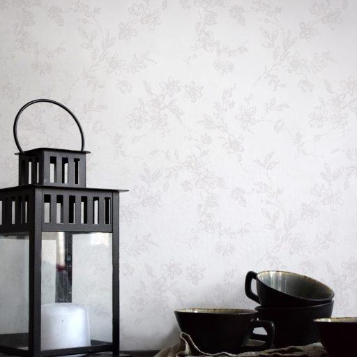 Bella, Silver tapet från duro med blommigt mönster i silver. Från kollektionen Spira. Nonwoven-material med rak passning.