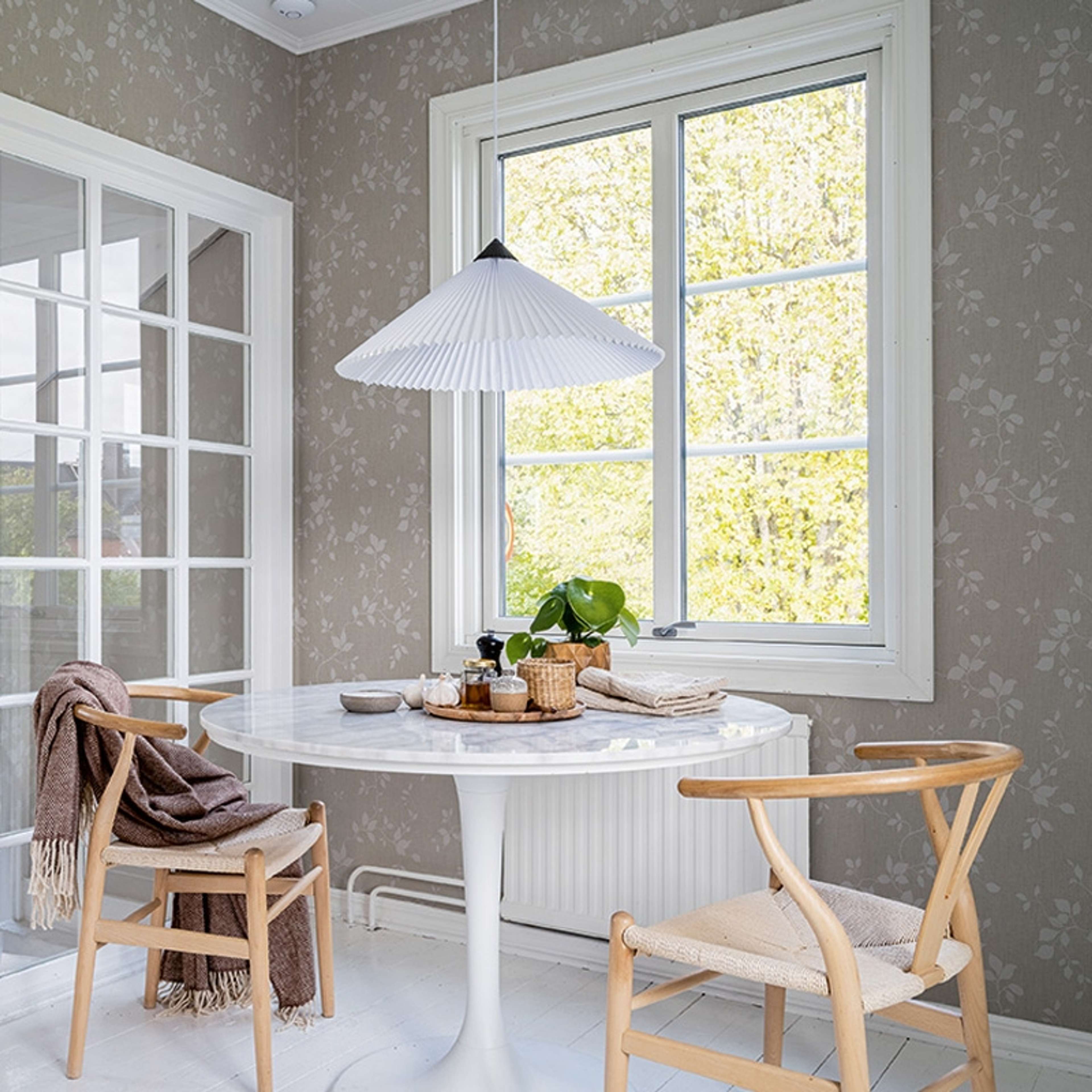 Siri, beige tapet tapet med botaniskt mönster i beige. Från kollektionen Hav & Land. Nonwoven-material med förskjuten passning.​​​​‌﻿‍﻿​‍​‍‌‍﻿﻿‌﻿​‍‌‍‍‌‌‍‌﻿‌‍‍‌‌‍﻿‍​‍​‍​﻿‍‍​‍​‍‌﻿​﻿‌‍​‌‌‍﻿‍‌‍‍‌‌﻿‌​‌﻿‍‌​‍﻿‍‌‍‍‌‌‍﻿﻿​‍​‍​‍﻿​​‍​‍‌‍‍​‌﻿​‍‌‍‌‌‌‍‌‍​‍​‍​﻿‍‍​‍​‍‌‍‍​‌﻿‌​‌﻿‌​‌﻿​​‌﻿​﻿​﻿‍‍​‍﻿﻿​‍﻿﻿‌﻿‌﻿‌﻿‌﻿‌﻿‌﻿​‍﻿‍‌‍​﻿‌‍﻿﻿‌‍﻿​‌‍﻿﻿‌﻿​‍‌‍​‌‌‍﻿‌‌‍​‌​‍﻿‍‌﻿​﻿‌‍‌‌​‍﻿﻿‌﻿​﻿‌﻿‌​‌﻿‌‌‌‍‌​‌‍‍‌‌‍﻿﻿​‍﻿﻿‌‍‍‌‌‍﻿‍‌﻿‌​‌‍‌‌‌‍﻿‍‌﻿‌​​‍﻿﻿‌‍‌‌‌‍‌​‌‍‍‌‌﻿‌​​‍﻿﻿‌‍﻿‌‌‍﻿﻿‌‍‌​‌‍‌‌​﻿﻿‌‌﻿​​‌﻿​‍‌‍‌‌‌﻿​﻿‌‍‌‌‌‍﻿‍‌﻿‌​‌‍​‌‌﻿‌​‌‍‍‌‌‍﻿﻿‌‍﻿‍​﻿‍﻿‌‍‍‌‌‍‌​​﻿﻿‌‌‍‍‌‌‍﻿‌‌‍​‌‌‍‌﻿‌‍‌‌​‍﻿‌​﻿‍‌‌‍​‍​﻿​‌‌‍​‍‌‍‌‍​﻿‍‌‌‍‌‍​﻿‌‌‌‍‌‍‌‍‌‍‌‍‌​​﻿‌‍​﻿‍​​﻿‌‌‌‍‌‌​﻿​​‌‍​﻿​﻿​‍​﻿​﻿​﻿​﻿‌‍‌‌‌‍‌‌​﻿​​​﻿‌‌​﻿​﻿​﻿​‍​﻿​‍​﻿‍​‌‍‌​​﻿‌​‌‍​‌‌‍‌‍‌‍​‍​﻿​‍​﻿‌​​﻿​﻿​﻿‌‍​﻿‌​​﻿​​‌‍‌​​‍﻿‌​﻿‍​​﻿​​​﻿​​‌﻿‍​​﻿‍​​﻿​​​﻿​​​‍﻿‌‌‍‍‍‌﻿​​‌‍‌﻿​﻿‍﻿‌﻿‌​‌﻿‍‌‌﻿​​‌‍‌‌​﻿﻿‌‌﻿​﻿‌‍​‌‌‍﻿‍‌‍‍‌‌﻿‌​‌﻿‍‌​‍﻿‍‌‍‍‌‌‍﻿‌‌‍​‌‌‍‌﻿‌‍‌‌‌​​‌‌﻿​﻿‌﻿​﻿‌‍‌‌‌﻿‌​​﻿‍﻿‌﻿​​‌‍​‌‌﻿‌​‌‍‍​​﻿﻿‌‌‍​‌‌‍﻿​‌﻿‌​‌‌‌​‌‍‌‌‌﻿‍​‌﻿‌​​﻿﻿﻿‌‍​‍‌‍​‌‌﻿​﻿‌‍‌‌‌‌‌‌‌﻿​‍‌‍﻿​​﻿﻿‌‌‍‍​‌﻿‌​‌﻿‌​‌﻿​​‌﻿​﻿​‍‌‌​﻿​﻿‌​​‌​‍‌‌​﻿​‍‌​‌‍​‍‌‌​﻿​‍‌​‌‍‌﻿‌﻿‌﻿‌﻿‌﻿‌﻿​‍﻿‍‌‍​﻿‌‍﻿﻿‌‍﻿​‌‍﻿﻿‌﻿​‍‌‍​‌‌‍﻿‌‌‍​‌​‍﻿‍‌﻿​﻿‌‍‌‌​‍‌‌​﻿​‍‌​‌‍‌﻿​﻿‌﻿‌​‌﻿‌‌‌‍‌​‌‍‍‌‌‍﻿﻿​‍‌‍‌‍‍‌‌‍‌​​﻿﻿‌‌‍‍‌‌‍﻿‌‌‍​‌‌‍‌﻿‌‍‌‌​‍﻿‌​﻿‍‌‌‍​‍​﻿​‌‌‍​‍‌‍‌‍​﻿‍‌‌‍‌‍​﻿‌‌‌‍‌‍‌‍‌‍‌‍‌​​﻿‌‍​﻿‍​​﻿‌‌‌‍‌‌​﻿​​‌‍​﻿​﻿​‍​﻿​﻿​﻿​﻿‌‍‌‌‌‍‌‌​﻿​​​﻿‌‌​﻿​﻿​﻿​‍​﻿​‍​﻿‍​‌‍‌​​﻿‌​‌‍​‌‌‍‌‍‌‍​‍​﻿​‍​﻿‌​​﻿​﻿​﻿‌‍​﻿‌​​﻿​​‌‍‌​​‍﻿‌​﻿‍​​﻿​​​﻿​​‌﻿‍​​﻿‍​​﻿​​​﻿​​​‍﻿‌‌‍‍‍‌﻿​​‌‍‌﻿​‍‌‍‌﻿‌​‌﻿‍‌‌﻿​​‌‍‌‌​﻿﻿‌‌﻿​﻿‌‍​‌‌‍﻿‍‌‍‍‌‌﻿‌​‌﻿‍‌​‍﻿‍‌‍‍‌‌‍﻿‌‌‍​‌‌‍‌﻿‌‍‌‌‌​​‌‌﻿​﻿‌﻿​﻿‌‍‌‌‌﻿‌​​‍‌‍‌﻿​​‌‍​‌‌﻿‌​‌‍‍​​﻿﻿‌‌‍​‌‌‍﻿​‌﻿‌​‌‌‌​‌‍‌‌‌﻿‍​‌﻿‌​​‍‌‍‌﻿​​‌‍‌‌‌﻿​‍‌﻿​﻿‌﻿​​‌‍‌‌‌‍​﻿‌﻿‌​‌‍‍‌‌﻿‌‍‌‍‌‌​﻿﻿‌‌﻿​​‌﻿‌‌‌‍​‍‌‍﻿​‌‍‍‌‌﻿​﻿‌‍‍​‌‍‌‌‌‍‌​​‍​‍‌﻿﻿‌