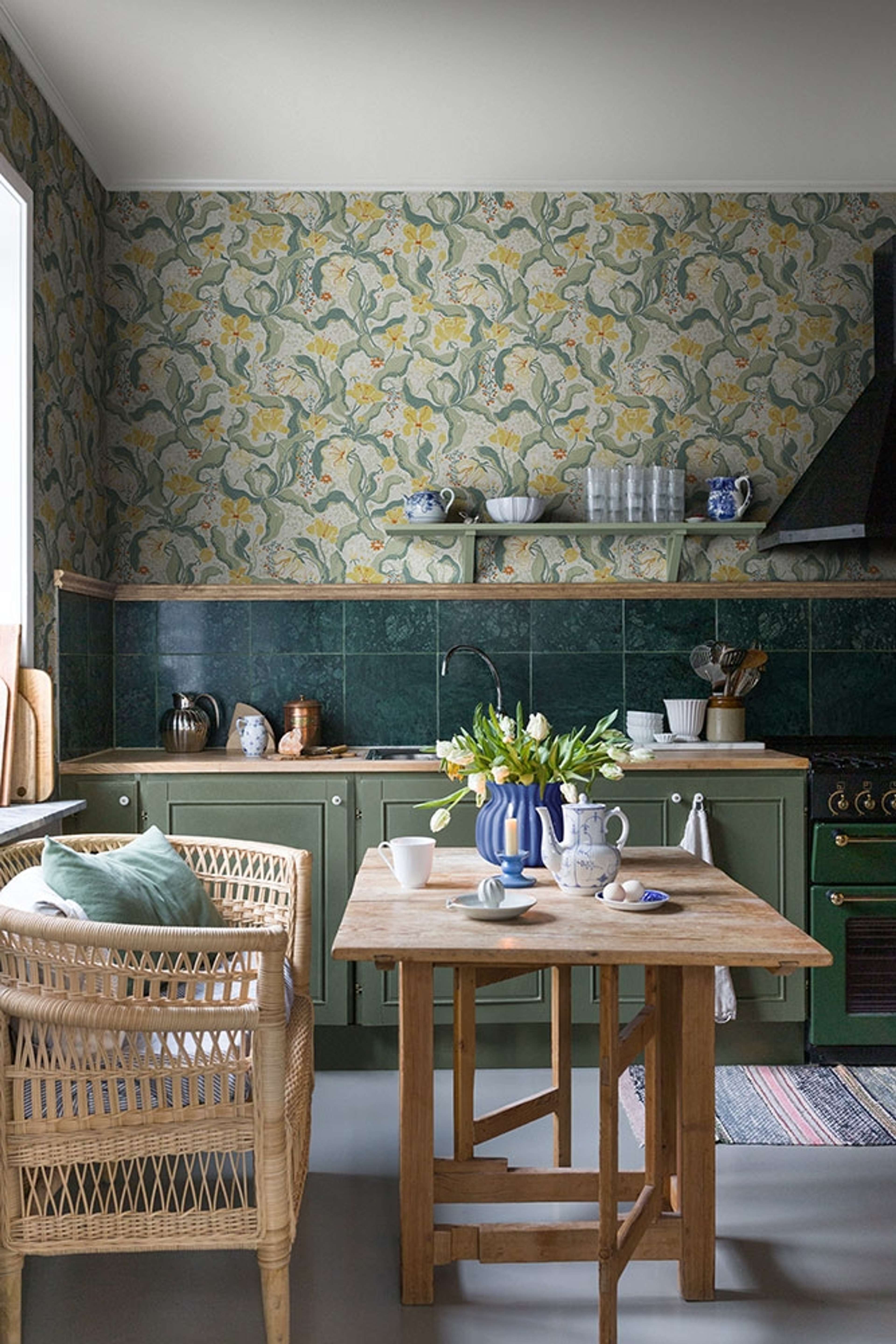 Bodri blommor och blad i grönt och gult tapet med blommigt mönster i gul och grön. Från kollektionen Lina 2. Nonwoven-material med förskjuten passning.​​​​‌﻿‍﻿​‍​‍‌‍﻿﻿‌﻿​‍‌‍‍‌‌‍‌﻿‌‍‍‌‌‍﻿‍​‍​‍​﻿‍‍​‍​‍‌﻿​﻿‌‍​‌‌‍﻿‍‌‍‍‌‌﻿‌​‌﻿‍‌​‍﻿‍‌‍‍‌‌‍﻿﻿​‍​‍​‍﻿​​‍​‍‌‍‍​‌﻿​‍‌‍‌‌‌‍‌‍​‍​‍​﻿‍‍​‍​‍‌‍‍​‌﻿‌​‌﻿‌​‌﻿​​‌﻿​﻿​﻿‍‍​‍﻿﻿​‍﻿﻿‌﻿‌﻿‌﻿‌﻿‌﻿‌﻿​‍﻿‍‌‍​﻿‌‍﻿﻿‌‍﻿​‌‍﻿﻿‌﻿​‍‌‍​‌‌‍﻿‌‌‍​‌​‍﻿‍‌﻿​﻿‌‍‌‌​‍﻿﻿‌﻿​﻿‌﻿‌​‌﻿‌‌‌‍‌​‌‍‍‌‌‍﻿﻿​‍﻿﻿‌‍‍‌‌‍﻿‍‌﻿‌​‌‍‌‌‌‍﻿‍‌﻿‌​​‍﻿﻿‌‍‌‌‌‍‌​‌‍‍‌‌﻿‌​​‍﻿﻿‌‍﻿‌‌‍﻿﻿‌‍‌​‌‍‌‌​﻿﻿‌‌﻿​​‌﻿​‍‌‍‌‌‌﻿​﻿‌‍‌‌‌‍﻿‍‌﻿‌​‌‍​‌‌﻿‌​‌‍‍‌‌‍﻿﻿‌‍﻿‍​﻿‍﻿‌‍‍‌‌‍‌​​﻿﻿‌‌‍‍‌‌‍﻿‌‌‍​‌‌‍‌﻿‌‍‌‌​‍﻿‌‌‍​‌​﻿​‌​﻿​‍​﻿‍​‌‍​﻿‌‍‌‌‌‍​﻿‌‍‌​​﻿​﻿​﻿‌‌​﻿​‌‌‍‌‌​﻿‌‌‌‍‌​​﻿‌​‌‍​‌‌‍​﻿​﻿​‍‌‍​‍​﻿‌​​﻿‌‍‌‍​﻿​﻿​﻿​﻿​​​﻿‌﻿‌‍​‌‌‍​﻿​﻿​‌‌‍​‌​﻿​​‌‍‌‌‌‍‌‍​﻿​﻿​﻿​‍‌‍‌‍​﻿​‍‌‍​﻿‌‍‌‍​﻿‌﻿‌‍‌‌​‍﻿‌​﻿‌‍​﻿‌‍​﻿‌﻿‌﻿‍​​﻿​‌​﻿​​​﻿​​​﻿​​​‍﻿‌‌‍‍‍‌﻿​​‌‍‌﻿​﻿‍﻿‌﻿‌​‌﻿‍‌‌﻿​​‌‍‌‌​﻿﻿‌‌﻿​﻿‌‍​‌‌‍﻿‍‌‍‍‌‌﻿‌​‌﻿‍‌​‍﻿‍‌‍‍‌‌‍﻿‌‌‍​‌‌‍‌﻿‌‍‌‌‌​​‌‌﻿​﻿‌﻿​﻿‌‍‌‌‌﻿‌​​﻿‍﻿‌﻿​​‌‍​‌‌﻿‌​‌‍‍​​﻿﻿‌‌‍​‌‌‍﻿​‌﻿‌​‌‌‌​‌‍‌‌‌﻿‍​‌﻿‌​​﻿﻿﻿‌‍​‍‌‍​‌‌﻿​﻿‌‍‌‌‌‌‌‌‌﻿​‍‌‍﻿​​﻿﻿‌‌‍‍​‌﻿‌​‌﻿‌​‌﻿​​‌﻿​﻿​‍‌‌​﻿​﻿‌​​‌​‍‌‌​﻿​‍‌​‌‍​‍‌‌​﻿​‍‌​‌‍‌﻿‌﻿‌﻿‌﻿‌﻿‌﻿​‍﻿‍‌‍​﻿‌‍﻿﻿‌‍﻿​‌‍﻿﻿‌﻿​‍‌‍​‌‌‍﻿‌‌‍​‌​‍﻿‍‌﻿​﻿‌‍‌‌​‍‌‌​﻿​‍‌​‌‍‌﻿​﻿‌﻿‌​‌﻿‌‌‌‍‌​‌‍‍‌‌‍﻿﻿​‍‌‍‌‍‍‌‌‍‌​​﻿﻿‌‌‍‍‌‌‍﻿‌‌‍​‌‌‍‌﻿‌‍‌‌​‍﻿‌‌‍​‌​﻿​‌​﻿​‍​﻿‍​‌‍​﻿‌‍‌‌‌‍​﻿‌‍‌​​﻿​﻿​﻿‌‌​﻿​‌‌‍‌‌​﻿‌‌‌‍‌​​﻿‌​‌‍​‌‌‍​﻿​﻿​‍‌‍​‍​﻿‌​​﻿‌‍‌‍​﻿​﻿​﻿​﻿​​​﻿‌﻿‌‍​‌‌‍​﻿​﻿​‌‌‍​‌​﻿​​‌‍‌‌‌‍‌‍​﻿​﻿​﻿​‍‌‍‌‍​﻿​‍‌‍​﻿‌‍‌‍​﻿‌﻿‌‍‌‌​‍﻿‌​﻿‌‍​﻿‌‍​﻿‌﻿‌﻿‍​​﻿​‌​﻿​​​﻿​​​﻿​​​‍﻿‌‌‍‍‍‌﻿​​‌‍‌﻿​‍‌‍‌﻿‌​‌﻿‍‌‌﻿​​‌‍‌‌​﻿﻿‌‌﻿​﻿‌‍​‌‌‍﻿‍‌‍‍‌‌﻿‌​‌﻿‍‌​‍﻿‍‌‍‍‌‌‍﻿‌‌‍​‌‌‍‌﻿‌‍‌‌‌​​‌‌﻿​﻿‌﻿​﻿‌‍‌‌‌﻿‌​​‍‌‍‌﻿​​‌‍​‌‌﻿‌​‌‍‍​​﻿﻿‌‌‍​‌‌‍﻿​‌﻿‌​‌‌‌​‌‍‌‌‌﻿‍​‌﻿‌​​‍‌‍‌﻿​​‌‍‌‌‌﻿​‍‌﻿​﻿‌﻿​​‌‍‌‌‌‍​﻿‌﻿‌​‌‍‍‌‌﻿‌‍‌‍‌‌​﻿﻿‌‌﻿​​‌﻿‌‌‌‍​‍‌‍﻿​‌‍‍‌‌﻿​﻿‌‍‍​‌‍‌‌‌‍‌​​‍​‍‌﻿﻿‌