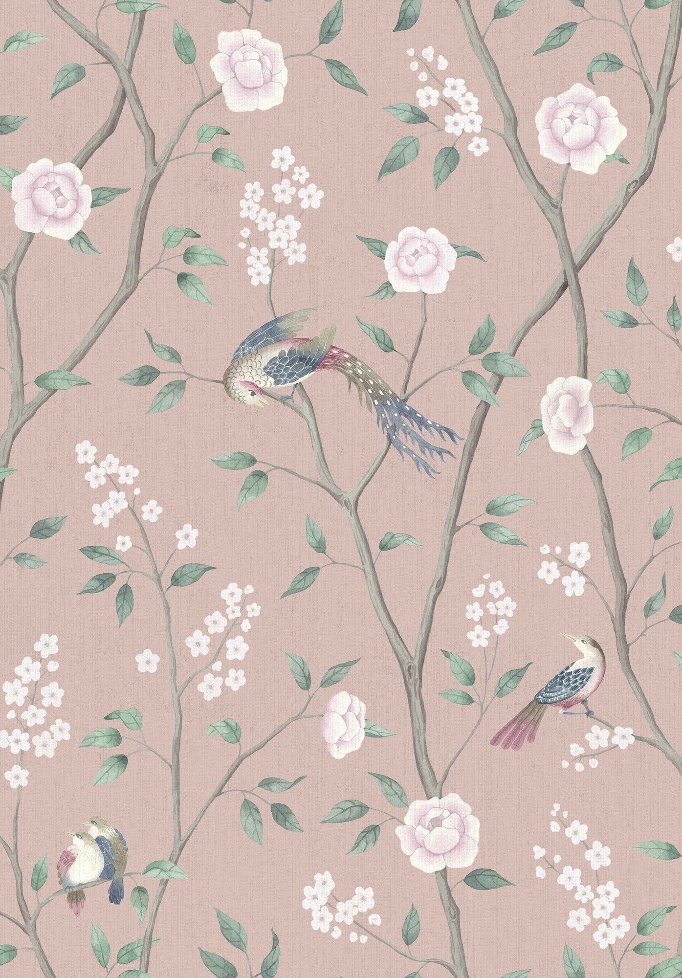 Paradise Birds tapet tapet från Boråstapeter med djur, blommigt mönster i rosa. Från kollektionen Dreamy Escape. Nonwoven-material med förskjuten passning. Lyx-stil. Passar i vardagsrum och matsal.