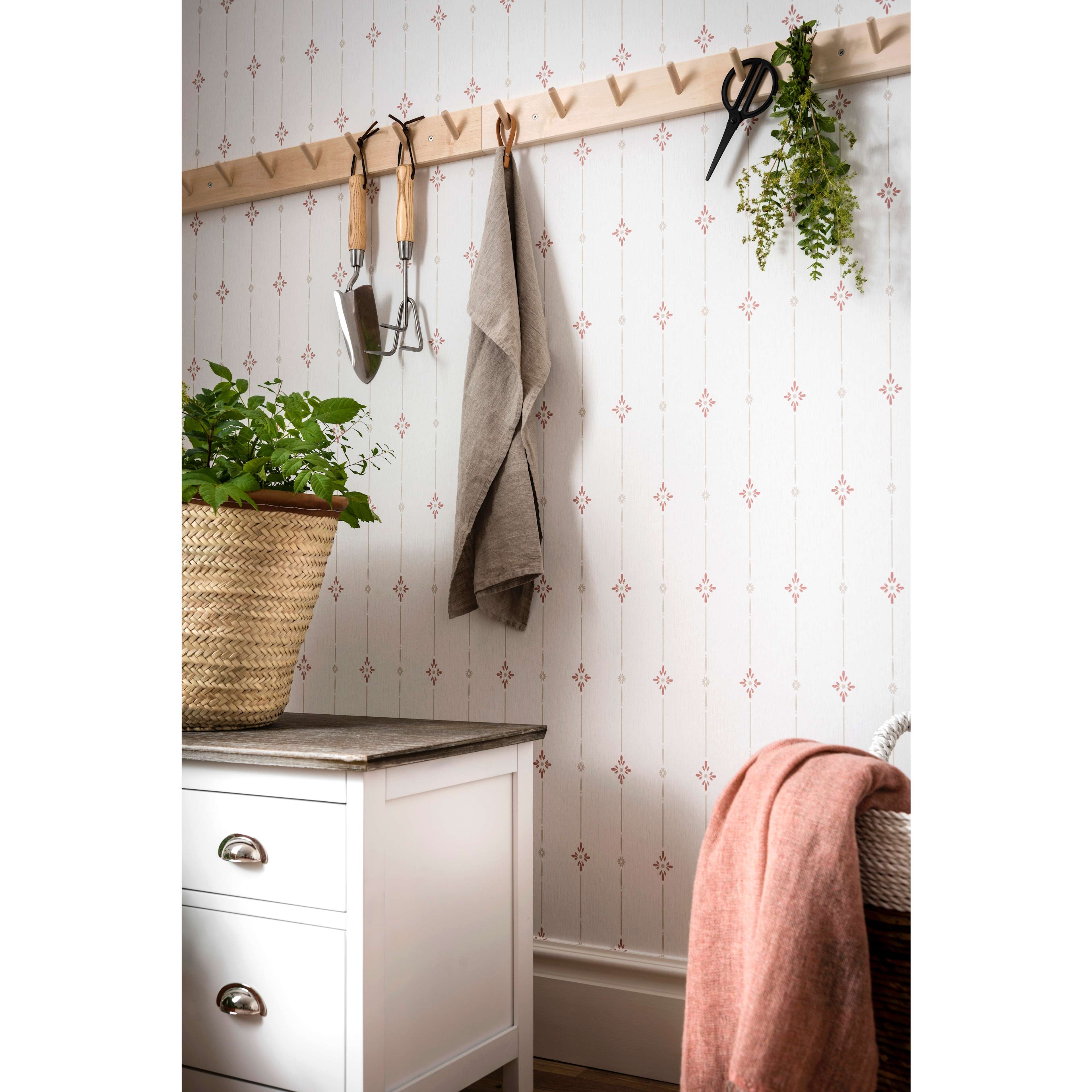 Britta, röd tapet från duro med randigt mönster i röd. Från kollektionen Duro 1900. Nonwoven-material med rak mönsterpassning.​​​​‌﻿‍﻿​‍​‍‌‍﻿﻿‌﻿​‍‌‍‍‌‌‍‌﻿‌‍‍‌‌‍﻿‍​‍​‍​﻿‍‍​‍​‍‌﻿​﻿‌‍​‌‌‍﻿‍‌‍‍‌‌﻿‌​‌﻿‍‌​‍﻿‍‌‍‍‌‌‍﻿﻿​‍​‍​‍﻿​​‍​‍‌‍‍​‌﻿​‍‌‍‌‌‌‍‌‍​‍​‍​﻿‍‍​‍​‍‌‍‍​‌﻿‌​‌﻿‌​‌﻿​​‌﻿​﻿​﻿‍‍​‍﻿﻿​‍﻿﻿‌﻿‌﻿‌﻿‌﻿‌﻿‌﻿​‍﻿‍‌‍​﻿‌‍﻿﻿‌‍﻿​‌‍﻿﻿‌﻿​‍‌‍​‌‌‍﻿‌‌‍​‌​‍﻿‍‌﻿​﻿‌‍‌‌​‍﻿﻿‌﻿​﻿‌﻿‌​‌﻿‌‌‌‍‌​‌‍‍‌‌‍﻿﻿​‍﻿﻿‌‍‍‌‌‍﻿‍‌﻿‌​‌‍‌‌‌‍﻿‍‌﻿‌​​‍﻿﻿‌‍‌‌‌‍‌​‌‍‍‌‌﻿‌​​‍﻿﻿‌‍﻿‌‌‍﻿﻿‌‍‌​‌‍‌‌​﻿﻿‌‌﻿​​‌﻿​‍‌‍‌‌‌﻿​﻿‌‍‌‌‌‍﻿‍‌﻿‌​‌‍​‌‌﻿‌​‌‍‍‌‌‍﻿﻿‌‍﻿‍​﻿‍﻿‌‍‍‌‌‍‌​​﻿﻿‌‌‍‍‌‌‍﻿‌‌‍​‌‌‍‌﻿‌‍‌‌​‍﻿‌‌‍​‌‌‍​‍​﻿​‍‌‍‌‌‌‍‌‍‌‍‌‍​﻿‌‌‌‍​‌‌‍‌‍​﻿‍‌‌‍​‌​﻿‍‌‌‍‌​​﻿‌‍‌‍‌​‌‍‌​‌‍​‍‌‍‌‍​﻿​‌​﻿​﻿​﻿‌‌​﻿​‌​﻿‌‌​﻿‌‌‌‍‌​​﻿‌‍‌‍​﻿​﻿‌﻿​﻿‌​‌‍‌‍‌‍‌​​﻿​​​﻿‌‍​﻿‍​​﻿​‌​﻿‍‌​﻿‍‌​﻿‍‌​﻿​‍‌‍​‌​‍﻿‌​﻿​﻿​﻿​‍​﻿​​​﻿​​‌﻿‍​​﻿​﻿​﻿​‍​﻿​​​﻿​​​‍﻿‌‌‍‍‍‌﻿​​‌‍‌﻿​﻿‍﻿‌﻿‌​‌﻿‍‌‌﻿​​‌‍‌‌​﻿﻿‌‌﻿​﻿‌‍​‌‌‍﻿‍‌‍‍‌‌﻿‌​‌﻿‍‌​‍﻿‍‌‍‍‌‌‍﻿‌‌‍​‌‌‍‌﻿‌‍‌‌‌​​‌‌﻿​﻿‌﻿​﻿‌‍‌‌‌﻿‌​​﻿‍﻿‌﻿​​‌‍​‌‌﻿‌​‌‍‍​​﻿﻿‌‌‍​‌‌‍﻿​‌﻿‌​‌‌‌​‌‍‌‌‌﻿‍​‌﻿‌​​﻿﻿﻿‌‍​‍‌‍​‌‌﻿​﻿‌‍‌‌‌‌‌‌‌﻿​‍‌‍﻿​​﻿﻿‌‌‍‍​‌﻿‌​‌﻿‌​‌﻿​​‌﻿​﻿​‍‌‌​﻿​﻿‌​​‌​‍‌‌​﻿​‍‌​‌‍​‍‌‌​﻿​‍‌​‌‍‌﻿‌﻿‌﻿‌﻿‌﻿‌﻿​‍﻿‍‌‍​﻿‌‍﻿﻿‌‍﻿​‌‍﻿﻿‌﻿​‍‌‍​‌‌‍﻿‌‌‍​‌​‍﻿‍‌﻿​﻿‌‍‌‌​‍‌‌​﻿​‍‌​‌‍‌﻿​﻿‌﻿‌​‌﻿‌‌‌‍‌​‌‍‍‌‌‍﻿﻿​‍‌‍‌‍‍‌‌‍‌​​﻿﻿‌‌‍‍‌‌‍﻿‌‌‍​‌‌‍‌﻿‌‍‌‌​‍﻿‌‌‍​‌‌‍​‍​﻿​‍‌‍‌‌‌‍‌‍‌‍‌‍​﻿‌‌‌‍​‌‌‍‌‍​﻿‍‌‌‍​‌​﻿‍‌‌‍‌​​﻿‌‍‌‍‌​‌‍‌​‌‍​‍‌‍‌‍​﻿​‌​﻿​﻿​﻿‌‌​﻿​‌​﻿‌‌​﻿‌‌‌‍‌​​﻿‌‍‌‍​﻿​﻿‌﻿​﻿‌​‌‍‌‍‌‍‌​​﻿​​​﻿‌‍​﻿‍​​﻿​‌​﻿‍‌​﻿‍‌​﻿‍‌​﻿​‍‌‍​‌​‍﻿‌​﻿​﻿​﻿​‍​﻿​​​﻿​​‌﻿‍​​﻿​﻿​﻿​‍​﻿​​​﻿​​​‍﻿‌‌‍‍‍‌﻿​​‌‍‌﻿​‍‌‍‌﻿‌​‌﻿‍‌‌﻿​​‌‍‌‌​﻿﻿‌‌﻿​﻿‌‍​‌‌‍﻿‍‌‍‍‌‌﻿‌​‌﻿‍‌​‍﻿‍‌‍‍‌‌‍﻿‌‌‍​‌‌‍‌﻿‌‍‌‌‌​​‌‌﻿​﻿‌﻿​﻿‌‍‌‌‌﻿‌​​‍‌‍‌﻿​​‌‍​‌‌﻿‌​‌‍‍​​﻿﻿‌‌‍​‌‌‍﻿​‌﻿‌​‌‌‌​‌‍‌‌‌﻿‍​‌﻿‌​​‍‌‍‌﻿​​‌‍‌‌‌﻿​‍‌﻿​﻿‌﻿​​‌‍‌‌‌‍​﻿‌﻿‌​‌‍‍‌‌﻿‌‍‌‍‌‌​﻿﻿‌‌﻿​​‌﻿‌‌‌‍​‍‌‍﻿​‌‍‍‌‌﻿​﻿‌‍‍​‌‍‌‌‌‍‌​​‍​‍‌﻿﻿‌