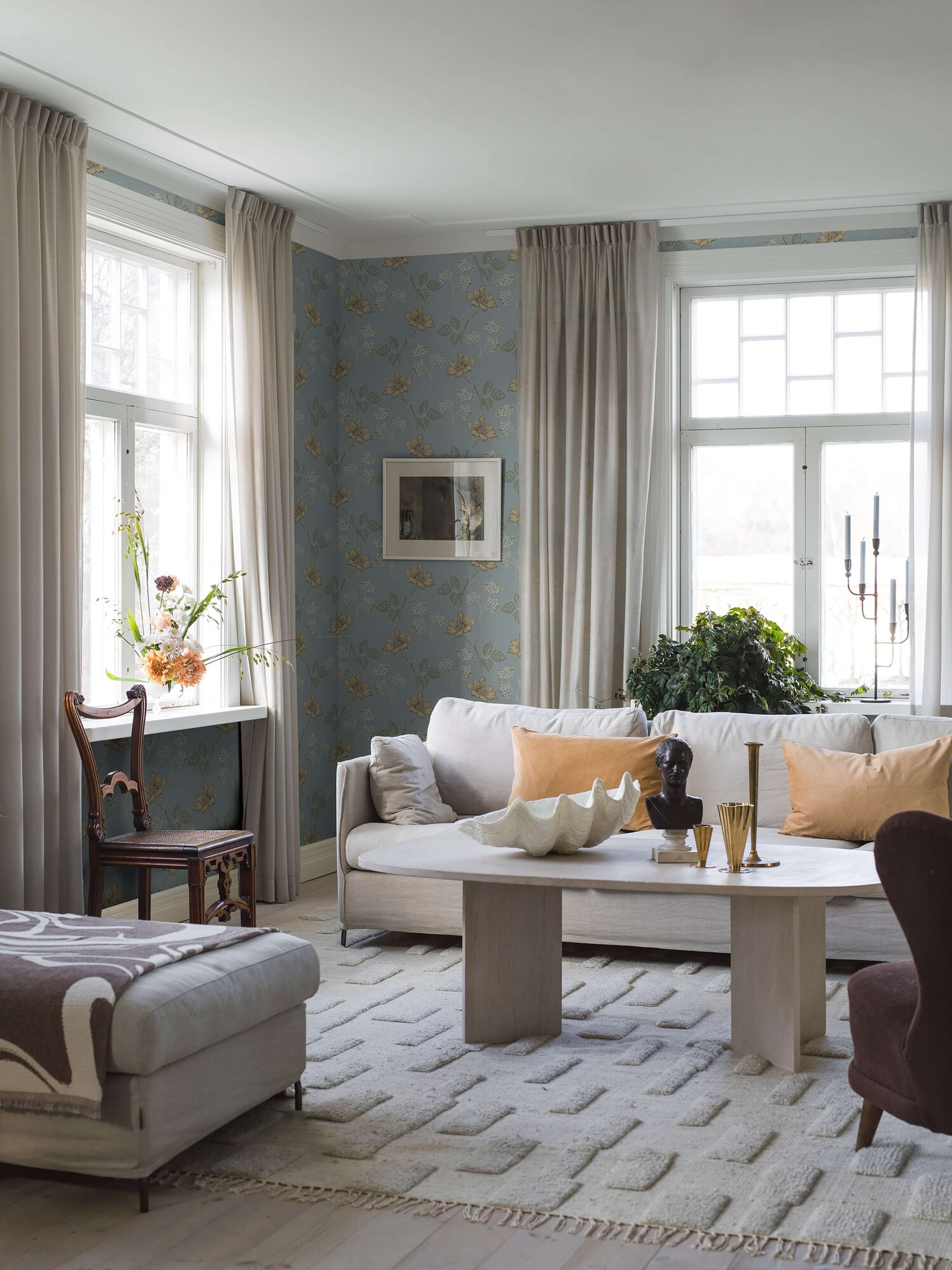 Valborg blå tapet tapet med blommigt mönster i blå. Från kollektionen Swedish Grace. Nonwoven-material med rak passning. Passar i vardagsrum och sovrum.​​​​‌﻿‍﻿​‍​‍‌‍﻿﻿‌﻿​‍‌‍‍‌‌‍‌﻿‌‍‍‌‌‍﻿‍​‍​‍​﻿‍‍​‍​‍‌﻿​﻿‌‍​‌‌‍﻿‍‌‍‍‌‌﻿‌​‌﻿‍‌​‍﻿‍‌‍‍‌‌‍﻿﻿​‍​‍​‍﻿​​‍​‍‌‍‍​‌﻿​‍‌‍‌‌‌‍‌‍​‍​‍​﻿‍‍​‍​‍‌‍‍​‌﻿‌​‌﻿‌​‌﻿​​‌﻿​﻿​﻿‍‍​‍﻿﻿​‍﻿﻿‌﻿‌﻿‌﻿‌﻿‌﻿‌﻿​‍﻿‍‌‍​﻿‌‍﻿﻿‌‍﻿​‌‍﻿﻿‌﻿​‍‌‍​‌‌‍﻿‌‌‍​‌​‍﻿‍‌﻿​﻿‌‍‌‌​‍﻿﻿‌﻿​﻿‌﻿‌​‌﻿‌‌‌‍‌​‌‍‍‌‌‍﻿﻿​‍﻿﻿‌‍‍‌‌‍﻿‍‌﻿‌​‌‍‌‌‌‍﻿‍‌﻿‌​​‍﻿﻿‌‍‌‌‌‍‌​‌‍‍‌‌﻿‌​​‍﻿﻿‌‍﻿‌‌‍﻿﻿‌‍‌​‌‍‌‌​﻿﻿‌‌﻿​​‌﻿​‍‌‍‌‌‌﻿​﻿‌‍‌‌‌‍﻿‍‌﻿‌​‌‍​‌‌﻿‌​‌‍‍‌‌‍﻿﻿‌‍﻿‍​﻿‍﻿‌‍‍‌‌‍‌​​﻿﻿‌‌‍‍‌‌‍﻿‌‌‍​‌‌‍‌﻿‌‍‌‌​‍﻿‌‌‍​‌‌‍​﻿​﻿‍​​﻿​‍​﻿​﻿‌‍​﻿​﻿‍‌‌‍‌‍‌‍​‌​﻿‌‍​﻿​‌‌‍​﻿​﻿‌‍​﻿​‍​﻿‌‌‌‍‌‍‌‍​‌​﻿​﻿​﻿​﻿​﻿​​​﻿​‌​﻿‌‍‌‍‌​​﻿‌‍‌‍​‍‌‍​‍‌‍‌‍​﻿​﻿​﻿​‌​﻿‌‍​﻿‌‌‌‍‌‍​﻿​‌​﻿‌‌‌‍​﻿‌‍​﻿​﻿‌‌‌‍​‌‌‍‌​​﻿​​​‍﻿‌​﻿​‌​﻿‌‌​﻿​​​﻿​​‌﻿‍​​﻿​‍​﻿​​​﻿​​​﻿​​​‍﻿‌‌‍‍‍‌﻿​​‌‍‌﻿​﻿‍﻿‌﻿‌​‌﻿‍‌‌﻿​​‌‍‌‌​﻿﻿‌‌﻿​﻿‌‍​‌‌‍﻿‍‌‍‍‌‌﻿‌​‌﻿‍‌​‍﻿‍‌‍‍‌‌‍﻿‌‌‍​‌‌‍‌﻿‌‍‌‌‌​​‌‌﻿​﻿‌﻿​﻿‌‍‌‌‌﻿‌​​﻿‍﻿‌﻿​​‌‍​‌‌﻿‌​‌‍‍​​﻿﻿‌‌‍​‌‌‍﻿​‌﻿‌​‌‌‌​‌‍‌‌‌﻿‍​‌﻿‌​​﻿﻿﻿‌‍​‍‌‍​‌‌﻿​﻿‌‍‌‌‌‌‌‌‌﻿​‍‌‍﻿​​﻿﻿‌‌‍‍​‌﻿‌​‌﻿‌​‌﻿​​‌﻿​﻿​‍‌‌​﻿​﻿‌​​‌​‍‌‌​﻿​‍‌​‌‍​‍‌‌​﻿​‍‌​‌‍‌﻿‌﻿‌﻿‌﻿‌﻿‌﻿​‍﻿‍‌‍​﻿‌‍﻿﻿‌‍﻿​‌‍﻿﻿‌﻿​‍‌‍​‌‌‍﻿‌‌‍​‌​‍﻿‍‌﻿​﻿‌‍‌‌​‍‌‌​﻿​‍‌​‌‍‌﻿​﻿‌﻿‌​‌﻿‌‌‌‍‌​‌‍‍‌‌‍﻿﻿​‍‌‍‌‍‍‌‌‍‌​​﻿﻿‌‌‍‍‌‌‍﻿‌‌‍​‌‌‍‌﻿‌‍‌‌​‍﻿‌‌‍​‌‌‍​﻿​﻿‍​​﻿​‍​﻿​﻿‌‍​﻿​﻿‍‌‌‍‌‍‌‍​‌​﻿‌‍​﻿​‌‌‍​﻿​﻿‌‍​﻿​‍​﻿‌‌‌‍‌‍‌‍​‌​﻿​﻿​﻿​﻿​﻿​​​﻿​‌​﻿‌‍‌‍‌​​﻿‌‍‌‍​‍‌‍​‍‌‍‌‍​﻿​﻿​﻿​‌​﻿‌‍​﻿‌‌‌‍‌‍​﻿​‌​﻿‌‌‌‍​﻿‌‍​﻿​﻿‌‌‌‍​‌‌‍‌​​﻿​​​‍﻿‌​﻿​‌​﻿‌‌​﻿​​​﻿​​‌﻿‍​​﻿​‍​﻿​​​﻿​​​﻿​​​‍﻿‌‌‍‍‍‌﻿​​‌‍‌﻿​‍‌‍‌﻿‌​‌﻿‍‌‌﻿​​‌‍‌‌​﻿﻿‌‌﻿​﻿‌‍​‌‌‍﻿‍‌‍‍‌‌﻿‌​‌﻿‍‌​‍﻿‍‌‍‍‌‌‍﻿‌‌‍​‌‌‍‌﻿‌‍‌‌‌​​‌‌﻿​﻿‌﻿​﻿‌‍‌‌‌﻿‌​​‍‌‍‌﻿​​‌‍​‌‌﻿‌​‌‍‍​​﻿﻿‌‌‍​‌‌‍﻿​‌﻿‌​‌‌‌​‌‍‌‌‌﻿‍​‌﻿‌​​‍‌‍‌﻿​​‌‍‌‌‌﻿​‍‌﻿​﻿‌﻿​​‌‍‌‌‌‍​﻿‌﻿‌​‌‍‍‌‌﻿‌‍‌‍‌‌​﻿﻿‌‌﻿​​‌﻿‌‌‌‍​‍‌‍﻿​‌‍‍‌‌﻿​﻿‌‍‍​‌‍‌‌‌‍‌​​‍​‍‌﻿﻿‌