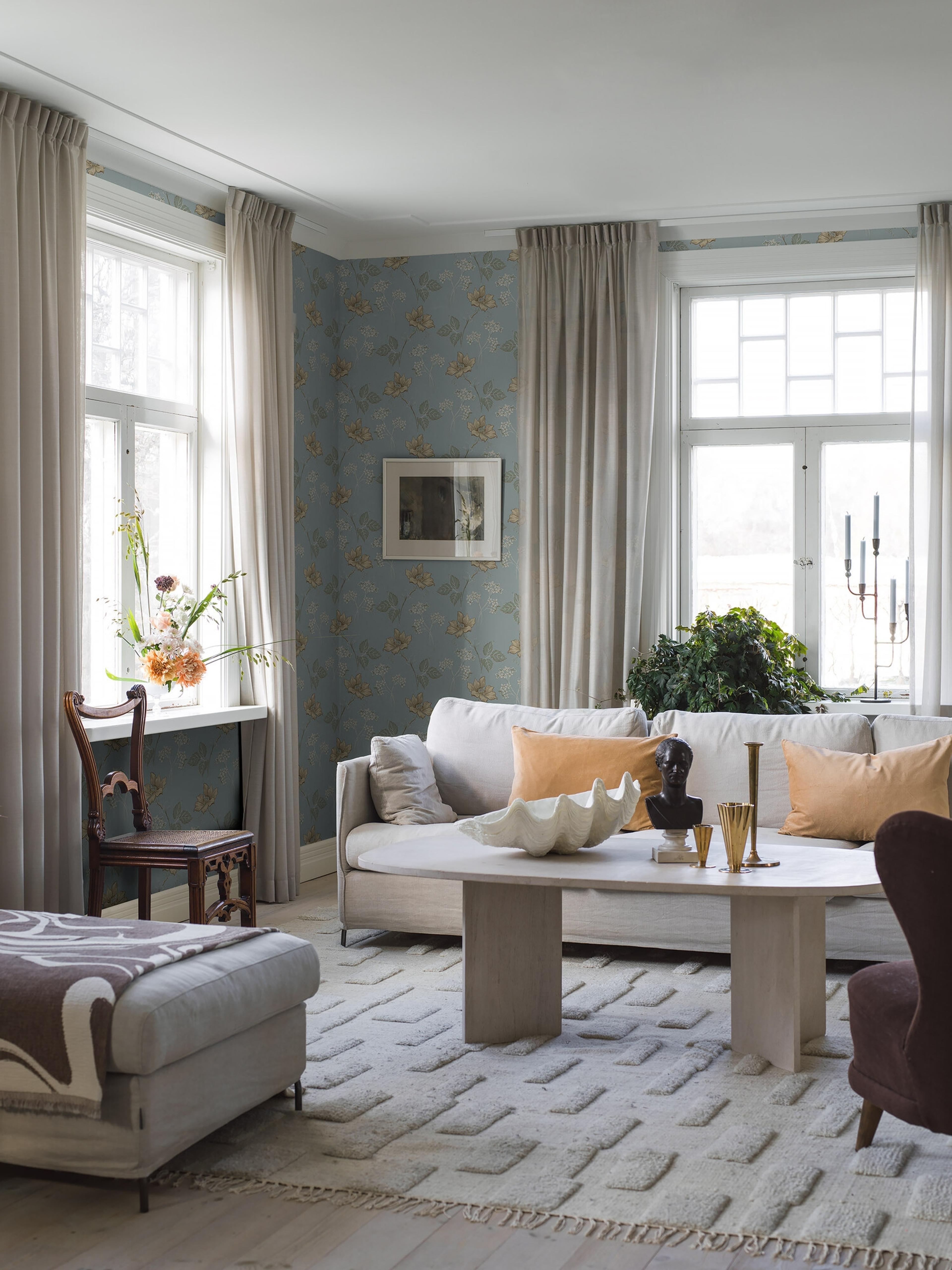 Valborg blå tapet tapet med blommigt mönster i blå. Från kollektionen Swedish Grace. Nonwoven-material med rak passning. Passar i vardagsrum och sovrum.​​​​‌﻿‍﻿​‍​‍‌‍﻿﻿‌﻿​‍‌‍‍‌‌‍‌﻿‌‍‍‌‌‍﻿‍​‍​‍​﻿‍‍​‍​‍‌﻿​﻿‌‍​‌‌‍﻿‍‌‍‍‌‌﻿‌​‌﻿‍‌​‍﻿‍‌‍‍‌‌‍﻿﻿​‍​‍​‍﻿​​‍​‍‌‍‍​‌﻿​‍‌‍‌‌‌‍‌‍​‍​‍​﻿‍‍​‍​‍‌‍‍​‌﻿‌​‌﻿‌​‌﻿​​‌﻿​﻿​﻿‍‍​‍﻿﻿​‍﻿﻿‌﻿‌﻿‌﻿‌﻿‌﻿‌﻿​‍﻿‍‌‍​﻿‌‍﻿﻿‌‍﻿​‌‍﻿﻿‌﻿​‍‌‍​‌‌‍﻿‌‌‍​‌​‍﻿‍‌﻿​﻿‌‍‌‌​‍﻿﻿‌﻿​﻿‌﻿‌​‌﻿‌‌‌‍‌​‌‍‍‌‌‍﻿﻿​‍﻿﻿‌‍‍‌‌‍﻿‍‌﻿‌​‌‍‌‌‌‍﻿‍‌﻿‌​​‍﻿﻿‌‍‌‌‌‍‌​‌‍‍‌‌﻿‌​​‍﻿﻿‌‍﻿‌‌‍﻿﻿‌‍‌​‌‍‌‌​﻿﻿‌‌﻿​​‌﻿​‍‌‍‌‌‌﻿​﻿‌‍‌‌‌‍﻿‍‌﻿‌​‌‍​‌‌﻿‌​‌‍‍‌‌‍﻿﻿‌‍﻿‍​﻿‍﻿‌‍‍‌‌‍‌​​﻿﻿‌‌‍‍‌‌‍﻿‌‌‍​‌‌‍‌﻿‌‍‌‌​‍﻿‌‌‍​‌‌‍​﻿​﻿‍​​﻿​‍​﻿​﻿‌‍​﻿​﻿‍‌‌‍‌‍‌‍​‌​﻿‌‍​﻿​‌‌‍​﻿​﻿‌‍​﻿​‍​﻿‌‌‌‍‌‍‌‍​‌​﻿​﻿​﻿​﻿​﻿​​​﻿​‌​﻿‌‍‌‍‌​​﻿‌‍‌‍​‍‌‍​‍‌‍‌‍​﻿​﻿​﻿​‌​﻿‌‍​﻿‌‌‌‍‌‍​﻿​‌​﻿‌‌‌‍​﻿‌‍​﻿​﻿‌‌‌‍​‌‌‍‌​​﻿​​​‍﻿‌​﻿​‌​﻿‌‌​﻿​​​﻿​​‌﻿‍​​﻿​‍​﻿​​​﻿​​​﻿​​​‍﻿‌‌‍‍‍‌﻿​​‌‍‌﻿​﻿‍﻿‌﻿‌​‌﻿‍‌‌﻿​​‌‍‌‌​﻿﻿‌‌﻿​﻿‌‍​‌‌‍﻿‍‌‍‍‌‌﻿‌​‌﻿‍‌​‍﻿‍‌‍‍‌‌‍﻿‌‌‍​‌‌‍‌﻿‌‍‌‌‌​​‌‌﻿​﻿‌﻿​﻿‌‍‌‌‌﻿‌​​﻿‍﻿‌﻿​​‌‍​‌‌﻿‌​‌‍‍​​﻿﻿‌‌‍​‌‌‍﻿​‌﻿‌​‌‌‌​‌‍‌‌‌﻿‍​‌﻿‌​​﻿﻿﻿‌‍​‍‌‍​‌‌﻿​﻿‌‍‌‌‌‌‌‌‌﻿​‍‌‍﻿​​﻿﻿‌‌‍‍​‌﻿‌​‌﻿‌​‌﻿​​‌﻿​﻿​‍‌‌​﻿​﻿‌​​‌​‍‌‌​﻿​‍‌​‌‍​‍‌‌​﻿​‍‌​‌‍‌﻿‌﻿‌﻿‌﻿‌﻿‌﻿​‍﻿‍‌‍​﻿‌‍﻿﻿‌‍﻿​‌‍﻿﻿‌﻿​‍‌‍​‌‌‍﻿‌‌‍​‌​‍﻿‍‌﻿​﻿‌‍‌‌​‍‌‌​﻿​‍‌​‌‍‌﻿​﻿‌﻿‌​‌﻿‌‌‌‍‌​‌‍‍‌‌‍﻿﻿​‍‌‍‌‍‍‌‌‍‌​​﻿﻿‌‌‍‍‌‌‍﻿‌‌‍​‌‌‍‌﻿‌‍‌‌​‍﻿‌‌‍​‌‌‍​﻿​﻿‍​​﻿​‍​﻿​﻿‌‍​﻿​﻿‍‌‌‍‌‍‌‍​‌​﻿‌‍​﻿​‌‌‍​﻿​﻿‌‍​﻿​‍​﻿‌‌‌‍‌‍‌‍​‌​﻿​﻿​﻿​﻿​﻿​​​﻿​‌​﻿‌‍‌‍‌​​﻿‌‍‌‍​‍‌‍​‍‌‍‌‍​﻿​﻿​﻿​‌​﻿‌‍​﻿‌‌‌‍‌‍​﻿​‌​﻿‌‌‌‍​﻿‌‍​﻿​﻿‌‌‌‍​‌‌‍‌​​﻿​​​‍﻿‌​﻿​‌​﻿‌‌​﻿​​​﻿​​‌﻿‍​​﻿​‍​﻿​​​﻿​​​﻿​​​‍﻿‌‌‍‍‍‌﻿​​‌‍‌﻿​‍‌‍‌﻿‌​‌﻿‍‌‌﻿​​‌‍‌‌​﻿﻿‌‌﻿​﻿‌‍​‌‌‍﻿‍‌‍‍‌‌﻿‌​‌﻿‍‌​‍﻿‍‌‍‍‌‌‍﻿‌‌‍​‌‌‍‌﻿‌‍‌‌‌​​‌‌﻿​﻿‌﻿​﻿‌‍‌‌‌﻿‌​​‍‌‍‌﻿​​‌‍​‌‌﻿‌​‌‍‍​​﻿﻿‌‌‍​‌‌‍﻿​‌﻿‌​‌‌‌​‌‍‌‌‌﻿‍​‌﻿‌​​‍‌‍‌﻿​​‌‍‌‌‌﻿​‍‌﻿​﻿‌﻿​​‌‍‌‌‌‍​﻿‌﻿‌​‌‍‍‌‌﻿‌‍‌‍‌‌​﻿﻿‌‌﻿​​‌﻿‌‌‌‍​‍‌‍﻿​‌‍‍‌‌﻿​﻿‌‍‍​‌‍‌‌‌‍‌​​‍​‍‌﻿﻿‌