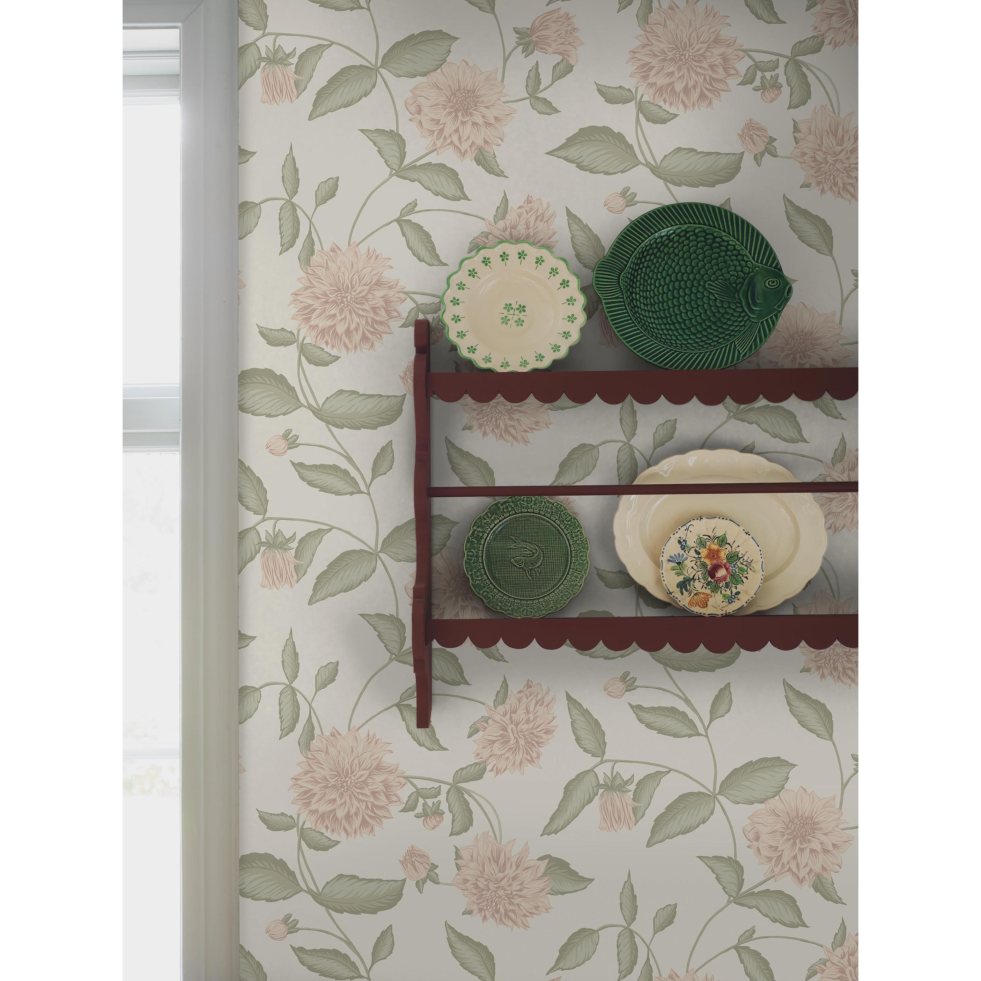 Dahliadröm rosa, tapet tapet med botaniskt, blommigt mönster i rosa. Från kollektionen Orangeri. Nonwoven-material med förskjuten passning. Passar i hall.