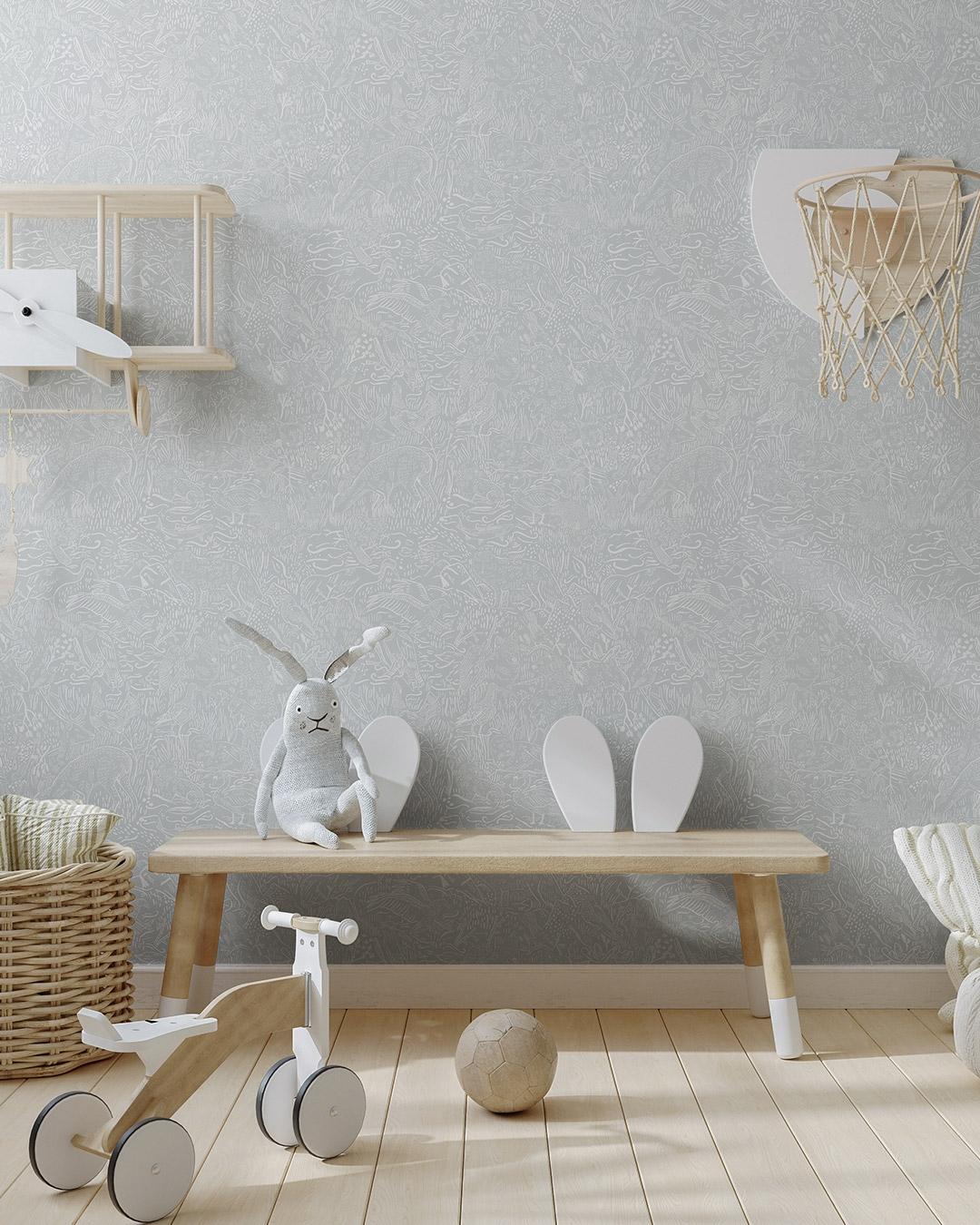 Klara o Tove landskapsdjur ljusblå, tapet tapet med naturochlandskap mönster i blå. Från kollektionen Klara o Tove. Nonwoven-material med rak passning. Passar i vardagsrum, sovrum och hall.