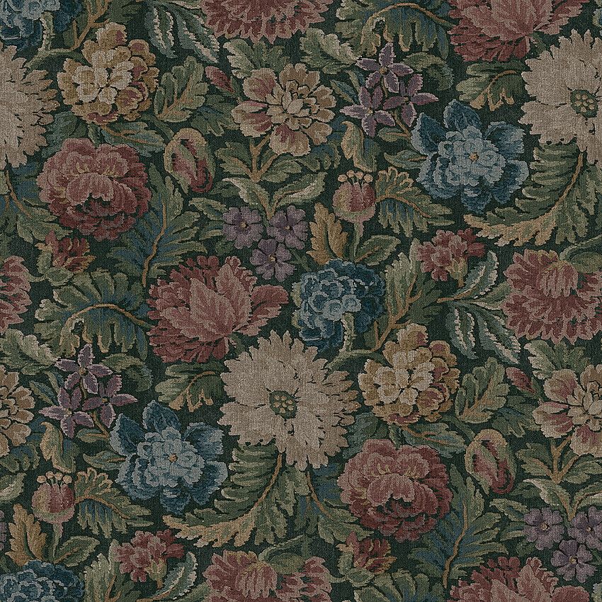 Nightingale Garden Mural mättade toner av grönt, rubinrött tapet med blommigt mönster i röd och grön. Från kollektionen Cottage Garden. Nonwoven-material med rak passning. Passar i vardagsrum, matsal och hall.